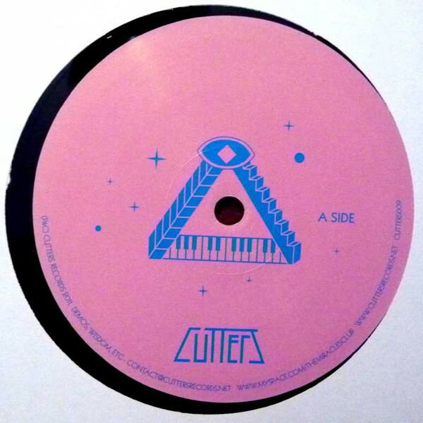 ・アーティスト Miracles Club ・タイトル Light Of Love / So Hot ・レーベル・型番 Cutters CUTTERS009 ・フォーマット 12インチレコード ・コンディション(盤) 良い (VG+) ・コンディション(ジャケット) 良い (VG+) ・コンディション(帯) オビなし ・特記事項 サンプル画像です。実際の商品の画像ではありません 商品写真はバーコード/カタログ番号に対応したサンプル画像ですので、お送りする商品の画像ではありません。帯やライナーなどの付属品は、特記事項に記載されている場合のみ含まれます。プロモやカラーレコードなどの仕様についても、該当する場合のみ特記事項に記載しています。 【ご購入前に必ずご確認ください】 ・本店サイト(www.recordcity.jp)とは価格、送料が違います ・本店サイト、その他支店のオーダーとは同梱発送できません ・注文確定後に別の注文を頂いた場合、注文同士の同梱は致しかねます。 ・別倉庫から発送しているため、店頭受け渡しは対応しておりません ・一部商品は他の通販サイトでも販売しているため、ご注文のタイミングによっては商品のご用意ができない場合がございます。 ・土日祝日はお休みです 金曜・祝前日9時以降のご連絡またはご入金は、返答または発送が週明け・祝日明けに順次対応となります。 ・ご購入後のキャンセル不可 ご購入後のキャンセルはいかなる理由においてもお受けできません。ご了承の上、ご購入くださいませ。 ・日本郵便(ゆうパック/ゆうメール)によるお届けになります。 ・中古品であることをご理解ください 当ストアでは中古商品を主に販売しております。中古品であることをご理解の上ご購入ください。また、一部商品はRecordCityオンラインストアで試聴可能です。 ・返品について お客様のご都合による返品は一切承っておりません。 表記の内容と実際の商品に相違がある場合、また針飛び等で返品・返金をご希望される場合は、商品の到着後1週間以内にご連絡ください。商品の返送をこちらで確認後、キャンセル・返金を行います。 コンディションVG以下の商品は返品できません。プレイに影響のない表面のこすれ傷、プレス起因のノイズ盤は返品の対象外です。 【コンディション表記】 ・ほぼ新品(M-)(Like New) 完全な新品。未使用。当店ではほぼ使用しません ・非常に良い(EX)(Excellent) 中古盤として美品な状態。わずかな経年を感じるものの傷みを感じさせない、当店基準で最高の状態 ・良い(VG+)(Very Good Plus) 丁寧に扱われた中古品で、軽い使用感がみられる。 ・可(VG)(Acceptable) 使い込まれた中古品で、「良い」よりもさらに使用感がみられる。 ・悪い(VG-)(Bad) 状態が悪いアイテム。使用の保障はなく、再生不可、針飛び、目立つノイズがあるかもしれない。状態によるクレーム不可。返品不可。 ・非常に悪い(G)(Very Bad) 「悪い」よりさらに状態が悪いアイテム。使用の保障はなく、再生不可、針飛び、目立つノイズがあるかもしれない。状態によるクレーム不可。返品不可。 ・ジャンク(Fair)(Junk/Fair) 割れている、反っている、水ダメージがある、カビ、ジャケットが分離している、ひどい書き込み、ひどい擦れなど最低の状態。使用の保障はなく、再生不可、針飛び、目立つノイズがあるかもしれない。状態によるクレーム不可。返品不可。 ・ジャンク(Poor)(Junk/Poor) 割れている、反っている、水ダメージがある、カビ、ジャケットが分離している、ひどい書き込み、ひどい擦れなど最低の状態。使用の保障はなく、再生不可、針飛び、目立つノイズがあるかもしれない。状態によるクレーム不可。返品不可。