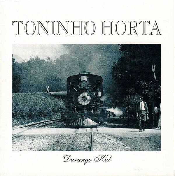 ・アーティスト Toninho Horta ・タイトル Durango Kid ・レーベル・型番 ・フォーマット CD ・コンディション(盤) 良い (VG+) ・コンディション(ジャケット) ・コンディション(帯) オビなし ・特記事項 【カバー軽い変色】【盤に小さいキズ】【ケース汚れ】 サンプル画像です。実際の商品の画像ではありません 商品写真はバーコード/カタログ番号に対応したサンプル画像ですので、お送りする商品の画像ではありません。帯やライナーなどの付属品は、特記事項に記載されている場合のみ含まれます。プロモやカラーレコードなどの仕様についても、該当する場合のみ特記事項に記載しています。 【ご購入前に必ずご確認ください】 ・本店サイト(www.recordcity.jp)とは価格、送料が違います ・本店サイト、その他支店のオーダーとは同梱発送できません ・注文確定後に別の注文を頂いた場合、注文同士の同梱は致しかねます。 ・別倉庫から発送しているため、店頭受け渡しは対応しておりません ・一部商品は他の通販サイトでも販売しているため、ご注文のタイミングによっては商品のご用意ができない場合がございます。 ・土日祝日はお休みです 金曜・祝前日9時以降のご連絡またはご入金は、返答または発送が週明け・祝日明けに順次対応となります。 ・ご購入後のキャンセル不可 ご購入後のキャンセルはいかなる理由においてもお受けできません。ご了承の上、ご購入くださいませ。 ・日本郵便(ゆうパック/ゆうメール)によるお届けになります。 ・中古品であることをご理解ください 当ストアでは中古商品を主に販売しております。中古品であることをご理解の上ご購入ください。また、一部商品はRecordCityオンラインストアで試聴可能です。 ・返品について お客様のご都合による返品は一切承っておりません。 表記の内容と実際の商品に相違がある場合、また針飛び等で返品・返金をご希望される場合は、商品の到着後1週間以内にご連絡ください。商品の返送をこちらで確認後、キャンセル・返金を行います。 コンディションVG以下の商品は返品できません。プレイに影響のない表面のこすれ傷、プレス起因のノイズ盤は返品の対象外です。 【コンディション表記】 ・ほぼ新品(M-)(Like New) 完全な新品。未使用。当店ではほぼ使用しません ・非常に良い(EX)(Excellent) 中古盤として美品な状態。わずかな経年を感じるものの傷みを感じさせない、当店基準で最高の状態 ・良い(VG+)(Very Good Plus) 丁寧に扱われた中古品で、軽い使用感がみられる。 ・可(VG)(Acceptable) 使い込まれた中古品で、「良い」よりもさらに使用感がみられる。 ・悪い(VG-)(Bad) 状態が悪いアイテム。使用の保障はなく、再生不可、針飛び、目立つノイズがあるかもしれない。状態によるクレーム不可。返品不可。 ・非常に悪い(G)(Very Bad) 「悪い」よりさらに状態が悪いアイテム。使用の保障はなく、再生不可、針飛び、目立つノイズがあるかもしれない。状態によるクレーム不可。返品不可。 ・ジャンク(Fair)(Junk/Fair) 割れている、反っている、水ダメージがある、カビ、ジャケットが分離している、ひどい書き込み、ひどい擦れなど最低の状態。使用の保障はなく、再生不可、針飛び、目立つノイズがあるかもしれない。状態によるクレーム不可。返品不可。 ・ジャンク(Poor)(Junk/Poor) 割れている、反っている、水ダメージがある、カビ、ジャケットが分離している、ひどい書き込み、ひどい擦れなど最低の状態。使用の保障はなく、再生不可、針飛び、目立つノイズがあるかもしれない。状態によるクレーム不可。返品不可。