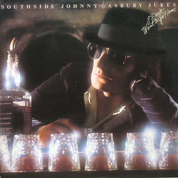 ・アーティスト Southside Johnny & Asbury Jukes ・タイトル I Don't Want To Go Home ・レーベル・型番 EPIC PE34180 ・フォーマット LPレコード ・コンディション(盤) 良い (VG+) ・コンディション(ジャケット) 良い (VG+) ・コンディション(帯) オビなし ・特記事項 サンプル画像です。実際の商品の画像ではありません 商品写真はバーコード/カタログ番号に対応したサンプル画像ですので、お送りする商品の画像ではありません。帯やライナーなどの付属品は、特記事項に記載されている場合のみ含まれます。プロモやカラーレコードなどの仕様についても、該当する場合のみ特記事項に記載しています。 【ご購入前に必ずご確認ください】 ・本店サイト(www.recordcity.jp)とは価格、送料が違います ・本店サイト、その他支店のオーダーとは同梱発送できません ・注文確定後に別の注文を頂いた場合、注文同士の同梱は致しかねます。 ・別倉庫から発送しているため、店頭受け渡しは対応しておりません ・一部商品は他の通販サイトでも販売しているため、ご注文のタイミングによっては商品のご用意ができない場合がございます。 ・土日祝日はお休みです 金曜・祝前日9時以降のご連絡またはご入金は、返答または発送が週明け・祝日明けに順次対応となります。 ・ご購入後のキャンセル不可 ご購入後のキャンセルはいかなる理由においてもお受けできません。ご了承の上、ご購入くださいませ。 ・日本郵便(ゆうパック/ゆうメール)によるお届けになります。 ・中古品であることをご理解ください 当ストアでは中古商品を主に販売しております。中古品であることをご理解の上ご購入ください。また、一部商品はRecordCityオンラインストアで試聴可能です。 ・返品について お客様のご都合による返品は一切承っておりません。 表記の内容と実際の商品に相違がある場合、また針飛び等で返品・返金をご希望される場合は、商品の到着後1週間以内にご連絡ください。商品の返送をこちらで確認後、キャンセル・返金を行います。 コンディションVG以下の商品は返品できません。プレイに影響のない表面のこすれ傷、プレス起因のノイズ盤は返品の対象外です。 【コンディション表記】 ・ほぼ新品(M-)(Like New) 完全な新品。未使用。当店ではほぼ使用しません ・非常に良い(EX)(Excellent) 中古盤として美品な状態。わずかな経年を感じるものの傷みを感じさせない、当店基準で最高の状態 ・良い(VG+)(Very Good Plus) 丁寧に扱われた中古品で、軽い使用感がみられる。 ・可(VG)(Acceptable) 使い込まれた中古品で、「良い」よりもさらに使用感がみられる。 ・悪い(VG-)(Bad) 状態が悪いアイテム。使用の保障はなく、再生不可、針飛び、目立つノイズがあるかもしれない。状態によるクレーム不可。返品不可。 ・非常に悪い(G)(Very Bad) 「悪い」よりさらに状態が悪いアイテム。使用の保障はなく、再生不可、針飛び、目立つノイズがあるかもしれない。状態によるクレーム不可。返品不可。 ・ジャンク(Fair)(Junk/Fair) 割れている、反っている、水ダメージがある、カビ、ジャケットが分離している、ひどい書き込み、ひどい擦れなど最低の状態。使用の保障はなく、再生不可、針飛び、目立つノイズがあるかもしれない。状態によるクレーム不可。返品不可。 ・ジャンク(Poor)(Junk/Poor) 割れている、反っている、水ダメージがある、カビ、ジャケットが分離している、ひどい書き込み、ひどい擦れなど最低の状態。使用の保障はなく、再生不可、針飛び、目立つノイズがあるかもしれない。状態によるクレーム不可。返品不可。