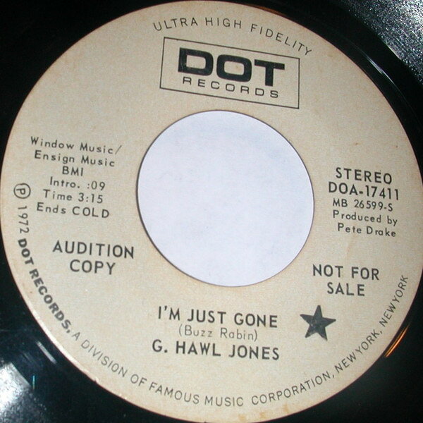 ・アーティスト G. Hawl Jones ・タイトル I'm Just Gone / Rosalee ・レーベル・型番 Dot Records DOA17411PROMO ・フォーマット 7インチレコード ・コンディション(盤) 良い (VG+) ・コンディション(ジャケット) プレインカバー（元ジャケット／カバー無し） ・コンディション(帯) オビなし ・特記事項 【プロモ盤】 【Promotion Only】【盤に浅い跡】【レーベルに書き込み】 サンプル画像です。実際の商品の画像ではありません 商品写真はバーコード/カタログ番号に対応したサンプル画像ですので、お送りする商品の画像ではありません。帯やライナーなどの付属品は、特記事項に記載されている場合のみ含まれます。プロモやカラーレコードなどの仕様についても、該当する場合のみ特記事項に記載しています。 【ご購入前に必ずご確認ください】 ・本店サイト(www.recordcity.jp)とは価格、送料が違います ・本店サイト、その他支店のオーダーとは同梱発送できません ・注文確定後に別の注文を頂いた場合、注文同士の同梱は致しかねます。 ・別倉庫から発送しているため、店頭受け渡しは対応しておりません ・一部商品は他の通販サイトでも販売しているため、ご注文のタイミングによっては商品のご用意ができない場合がございます。 ・土日祝日はお休みです 金曜・祝前日9時以降のご連絡またはご入金は、返答または発送が週明け・祝日明けに順次対応となります。 ・ご購入後のキャンセル不可 ご購入後のキャンセルはいかなる理由においてもお受けできません。ご了承の上、ご購入くださいませ。 ・日本郵便(ゆうパック/ゆうメール)によるお届けになります。 ・中古品であることをご理解ください 当ストアでは中古商品を主に販売しております。中古品であることをご理解の上ご購入ください。また、一部商品はRecordCityオンラインストアで試聴可能です。 ・返品について お客様のご都合による返品は一切承っておりません。 表記の内容と実際の商品に相違がある場合、また針飛び等で返品・返金をご希望される場合は、商品の到着後1週間以内にご連絡ください。商品の返送をこちらで確認後、キャンセル・返金を行います。 コンディションVG以下の商品は返品できません。プレイに影響のない表面のこすれ傷、プレス起因のノイズ盤は返品の対象外です。 【コンディション表記】 ・ほぼ新品(M-)(Like New) 完全な新品。未使用。当店ではほぼ使用しません ・非常に良い(EX)(Excellent) 中古盤として美品な状態。わずかな経年を感じるものの傷みを感じさせない、当店基準で最高の状態 ・良い(VG+)(Very Good Plus) 丁寧に扱われた中古品で、軽い使用感がみられる。 ・可(VG)(Acceptable) 使い込まれた中古品で、「良い」よりもさらに使用感がみられる。 ・悪い(VG-)(Bad) 状態が悪いアイテム。使用の保障はなく、再生不可、針飛び、目立つノイズがあるかもしれない。状態によるクレーム不可。返品不可。 ・非常に悪い(G)(Very Bad) 「悪い」よりさらに状態が悪いアイテム。使用の保障はなく、再生不可、針飛び、目立つノイズがあるかもしれない。状態によるクレーム不可。返品不可。 ・ジャンク(Fair)(Junk/Fair) 割れている、反っている、水ダメージがある、カビ、ジャケットが分離している、ひどい書き込み、ひどい擦れなど最低の状態。使用の保障はなく、再生不可、針飛び、目立つノイズがあるかもしれない。状態によるクレーム不可。返品不可。 ・ジャンク(Poor)(Junk/Poor) 割れている、反っている、水ダメージがある、カビ、ジャケットが分離している、ひどい書き込み、ひどい擦れなど最低の状態。使用の保障はなく、再生不可、針飛び、目立つノイズがあるかもしれない。状態によるクレーム不可。返品不可。