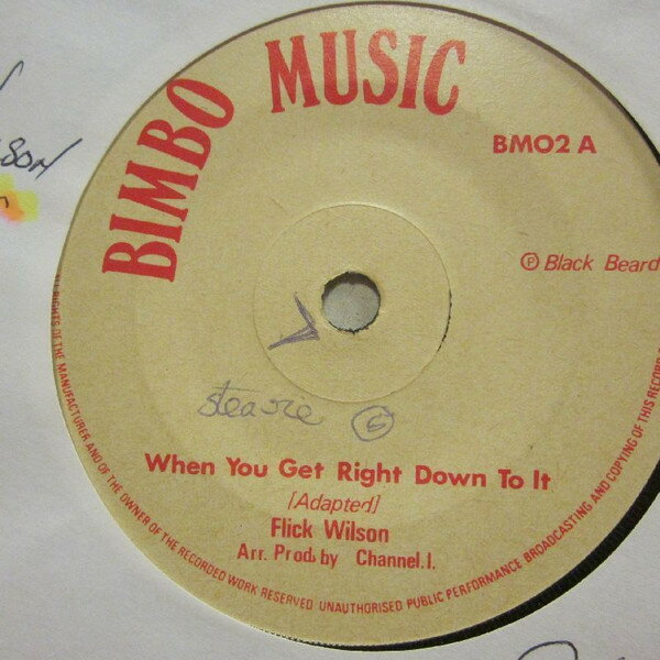 ・アーティスト Flick Wilson ・タイトル When You Get Right Down To It ・レーベル・型番 Bimbo Music BM02 ・フォーマット 7インチレコード ・コンディション(盤) 良い (VG+) ・コンディション(ジャケット) ・コンディション(帯) オビなし ・特記事項 サンプル画像です。実際の商品の画像ではありません 商品写真はバーコード/カタログ番号に対応したサンプル画像ですので、お送りする商品の画像ではありません。帯やライナーなどの付属品は、特記事項に記載されている場合のみ含まれます。プロモやカラーレコードなどの仕様についても、該当する場合のみ特記事項に記載しています。 【ご購入前に必ずご確認ください】 ・本店サイト(www.recordcity.jp)とは価格、送料が違います ・本店サイト、その他支店のオーダーとは同梱発送できません ・注文確定後に別の注文を頂いた場合、注文同士の同梱は致しかねます。 ・別倉庫から発送しているため、店頭受け渡しは対応しておりません ・一部商品は他の通販サイトでも販売しているため、ご注文のタイミングによっては商品のご用意ができない場合がございます。 ・土日祝日はお休みです 金曜・祝前日9時以降のご連絡またはご入金は、返答または発送が週明け・祝日明けに順次対応となります。 ・ご購入後のキャンセル不可 ご購入後のキャンセルはいかなる理由においてもお受けできません。ご了承の上、ご購入くださいませ。 ・日本郵便(ゆうパック/ゆうメール)によるお届けになります。 ・中古品であることをご理解ください 当ストアでは中古商品を主に販売しております。中古品であることをご理解の上ご購入ください。また、一部商品はRecordCityオンラインストアで試聴可能です。 ・返品について お客様のご都合による返品は一切承っておりません。 表記の内容と実際の商品に相違がある場合、また針飛び等で返品・返金をご希望される場合は、商品の到着後1週間以内にご連絡ください。商品の返送をこちらで確認後、キャンセル・返金を行います。 コンディションVG以下の商品は返品できません。プレイに影響のない表面のこすれ傷、プレス起因のノイズ盤は返品の対象外です。 【コンディション表記】 ・ほぼ新品(M-)(Like New) 完全な新品。未使用。当店ではほぼ使用しません ・非常に良い(EX)(Excellent) 中古盤として美品な状態。わずかな経年を感じるものの傷みを感じさせない、当店基準で最高の状態 ・良い(VG+)(Very Good Plus) 丁寧に扱われた中古品で、軽い使用感がみられる。 ・可(VG)(Acceptable) 使い込まれた中古品で、「良い」よりもさらに使用感がみられる。 ・悪い(VG-)(Bad) 状態が悪いアイテム。使用の保障はなく、再生不可、針飛び、目立つノイズがあるかもしれない。状態によるクレーム不可。返品不可。 ・非常に悪い(G)(Very Bad) 「悪い」よりさらに状態が悪いアイテム。使用の保障はなく、再生不可、針飛び、目立つノイズがあるかもしれない。状態によるクレーム不可。返品不可。 ・ジャンク(Fair)(Junk/Fair) 割れている、反っている、水ダメージがある、カビ、ジャケットが分離している、ひどい書き込み、ひどい擦れなど最低の状態。使用の保障はなく、再生不可、針飛び、目立つノイズがあるかもしれない。状態によるクレーム不可。返品不可。 ・ジャンク(Poor)(Junk/Poor) 割れている、反っている、水ダメージがある、カビ、ジャケットが分離している、ひどい書き込み、ひどい擦れなど最低の状態。使用の保障はなく、再生不可、針飛び、目立つノイズがあるかもしれない。状態によるクレーム不可。返品不可。
