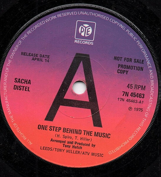 ・アーティスト Sacha Distel ・タイトル One Step Behind Music / As Long As There Are Songs To SIng ・レーベル・型番 Pye Records 7N45463PROMO ・フォーマット 7インチレコード ・コンディション(盤) 良い (VG+) ・コンディション(ジャケット) プレインカバー（元ジャケット／カバー無し） ・コンディション(帯) オビなし ・特記事項 【プロモ盤】 【盤に薄い跡】【プロモ印刷レーベル】【レーベルにスタンプ】【company sleeve】 サンプル画像です。実際の商品の画像ではありません 商品写真はバーコード/カタログ番号に対応したサンプル画像ですので、お送りする商品の画像ではありません。帯やライナーなどの付属品は、特記事項に記載されている場合のみ含まれます。プロモやカラーレコードなどの仕様についても、該当する場合のみ特記事項に記載しています。 【ご購入前に必ずご確認ください】 ・本店サイト(www.recordcity.jp)とは価格、送料が違います ・本店サイト、その他支店のオーダーとは同梱発送できません ・注文確定後に別の注文を頂いた場合、注文同士の同梱は致しかねます。 ・別倉庫から発送しているため、店頭受け渡しは対応しておりません ・一部商品は他の通販サイトでも販売しているため、ご注文のタイミングによっては商品のご用意ができない場合がございます。 ・土日祝日はお休みです 金曜・祝前日9時以降のご連絡またはご入金は、返答または発送が週明け・祝日明けに順次対応となります。 ・ご購入後のキャンセル不可 ご購入後のキャンセルはいかなる理由においてもお受けできません。ご了承の上、ご購入くださいませ。 ・日本郵便(ゆうパック/ゆうメール)によるお届けになります。 ・中古品であることをご理解ください 当ストアでは中古商品を主に販売しております。中古品であることをご理解の上ご購入ください。また、一部商品はRecordCityオンラインストアで試聴可能です。 ・返品について お客様のご都合による返品は一切承っておりません。 表記の内容と実際の商品に相違がある場合、また針飛び等で返品・返金をご希望される場合は、商品の到着後1週間以内にご連絡ください。商品の返送をこちらで確認後、キャンセル・返金を行います。 コンディションVG以下の商品は返品できません。プレイに影響のない表面のこすれ傷、プレス起因のノイズ盤は返品の対象外です。 【コンディション表記】 ・ほぼ新品(M-)(Like New) 完全な新品。未使用。当店ではほぼ使用しません ・非常に良い(EX)(Excellent) 中古盤として美品な状態。わずかな経年を感じるものの傷みを感じさせない、当店基準で最高の状態 ・良い(VG+)(Very Good Plus) 丁寧に扱われた中古品で、軽い使用感がみられる。 ・可(VG)(Acceptable) 使い込まれた中古品で、「良い」よりもさらに使用感がみられる。 ・悪い(VG-)(Bad) 状態が悪いアイテム。使用の保障はなく、再生不可、針飛び、目立つノイズがあるかもしれない。状態によるクレーム不可。返品不可。 ・非常に悪い(G)(Very Bad) 「悪い」よりさらに状態が悪いアイテム。使用の保障はなく、再生不可、針飛び、目立つノイズがあるかもしれない。状態によるクレーム不可。返品不可。 ・ジャンク(Fair)(Junk/Fair) 割れている、反っている、水ダメージがある、カビ、ジャケットが分離している、ひどい書き込み、ひどい擦れなど最低の状態。使用の保障はなく、再生不可、針飛び、目立つノイズがあるかもしれない。状態によるクレーム不可。返品不可。 ・ジャンク(Poor)(Junk/Poor) 割れている、反っている、水ダメージがある、カビ、ジャケットが分離している、ひどい書き込み、ひどい擦れなど最低の状態。使用の保障はなく、再生不可、針飛び、目立つノイズがあるかもしれない。状態によるクレーム不可。返品不可。