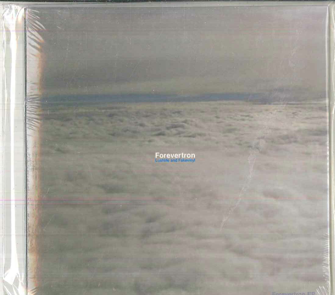 ・アーティスト Forevertron ・タイトル Forevertron EP ・レーベル・型番 MICLIFE MLRS007 ・フォーマット CD ・コンディション(盤) 非常に良い(EX) ・コンディション(ジャケット) 非常に良い(EX) ・コンディション(帯) オビなし ・特記事項 【紙ジャケット】 【未開封】 サンプル画像です。実際の商品の画像ではありません 商品写真はバーコード/カタログ番号に対応したサンプル画像ですので、お送りする商品の画像ではありません。帯やライナーなどの付属品は、特記事項に記載されている場合のみ含まれます。プロモやカラーレコードなどの仕様についても、該当する場合のみ特記事項に記載しています。 【ご購入前に必ずご確認ください】 ・本店サイト(www.recordcity.jp)とは価格、送料が違います ・本店サイト、その他支店のオーダーとは同梱発送できません ・注文確定後に別の注文を頂いた場合、注文同士の同梱は致しかねます。 ・別倉庫から発送しているため、店頭受け渡しは対応しておりません ・一部商品は他の通販サイトでも販売しているため、ご注文のタイミングによっては商品のご用意ができない場合がございます。 ・土日祝日はお休みです 金曜・祝前日9時以降のご連絡またはご入金は、返答または発送が週明け・祝日明けに順次対応となります。 ・ご購入後のキャンセル不可 ご購入後のキャンセルはいかなる理由においてもお受けできません。ご了承の上、ご購入くださいませ。 ・日本郵便(ゆうパック/ゆうメール)によるお届けになります。 ・中古品であることをご理解ください 当ストアでは中古商品を主に販売しております。中古品であることをご理解の上ご購入ください。また、一部商品はRecordCityオンラインストアで試聴可能です。 ・返品について お客様のご都合による返品は一切承っておりません。 表記の内容と実際の商品に相違がある場合、また針飛び等で返品・返金をご希望される場合は、商品の到着後1週間以内にご連絡ください。商品の返送をこちらで確認後、キャンセル・返金を行います。 コンディションVG以下の商品は返品できません。プレイに影響のない表面のこすれ傷、プレス起因のノイズ盤は返品の対象外です。 【コンディション表記】 ・ほぼ新品(M-)(Like New) 完全な新品。未使用。当店ではほぼ使用しません ・非常に良い(EX)(Excellent) 中古盤として美品な状態。わずかな経年を感じるものの傷みを感じさせない、当店基準で最高の状態 ・良い(VG+)(Very Good Plus) 丁寧に扱われた中古品で、軽い使用感がみられる。 ・可(VG)(Acceptable) 使い込まれた中古品で、「良い」よりもさらに使用感がみられる。 ・悪い(VG-)(Bad) 状態が悪いアイテム。使用の保障はなく、再生不可、針飛び、目立つノイズがあるかもしれない。状態によるクレーム不可。返品不可。 ・非常に悪い(G)(Very Bad) 「悪い」よりさらに状態が悪いアイテム。使用の保障はなく、再生不可、針飛び、目立つノイズがあるかもしれない。状態によるクレーム不可。返品不可。 ・ジャンク(Fair)(Junk/Fair) 割れている、反っている、水ダメージがある、カビ、ジャケットが分離している、ひどい書き込み、ひどい擦れなど最低の状態。使用の保障はなく、再生不可、針飛び、目立つノイズがあるかもしれない。状態によるクレーム不可。返品不可。 ・ジャンク(Poor)(Junk/Poor) 割れている、反っている、水ダメージがある、カビ、ジャケットが分離している、ひどい書き込み、ひどい擦れなど最低の状態。使用の保障はなく、再生不可、針飛び、目立つノイズがあるかもしれない。状態によるクレーム不可。返品不可。