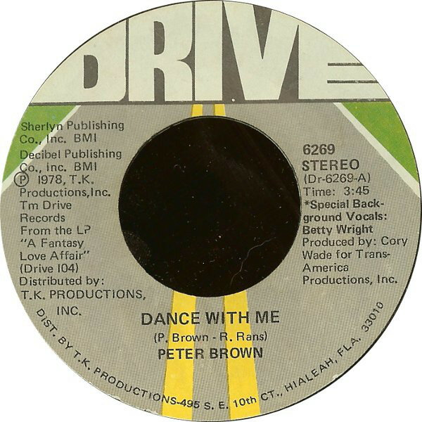 ・アーティスト Peter Brown ・タイトル Dance With Me ・レーベル Drive 6269 ・フォーマット 7インチレコード ・コンディション(盤) 良い (VG+) ・コンディション(ジャケット) プレインカバー（元ジャケット／カバー無し） ・コンディション(帯) オビなし ・特記事項 サンプル画像です。実際の商品の画像ではありません 商品写真はバーコード/カタログ番号に対応したサンプル画像ですので、お送りする商品の画像ではありません。帯やライナーなどの付属品は、特記事項に記載されている場合のみ含まれます。プロモやカラーレコードなどの仕様についても、該当する場合のみ特記事項に記載しています。 【ご購入前に必ずご確認ください】 ・本店サイト(www.recordcity.jp)とは価格、送料が違います ・本店サイト、その他支店のオーダーとは同梱発送できません ・別倉庫から発送しているため、店頭受け渡しは対応しておりません ・一部商品は他の通販サイトでも販売しているため、ご注文のタイミングによっては商品のご用意ができない場合がございます。 ・土日祝日はお休みです 金曜・祝前日9時以降のご連絡またはご入金は、返答または発送が週明け・祝日明けに順次対応となります。 ・ご購入後のキャンセル不可 ご購入後のキャンセルはいかなる理由においてもお受けできません。ご了承の上、ご購入くださいませ。 ・日本郵便(ゆうパック/ゆうメール)によるお届けになります。 ・中古品であることをご理解ください 当ストアではお客様よりお譲りいただいた中古商品を主に販売しております。中古品であることをご理解の上ご購入ください。また、一部商品はRecordCityオンラインストアで試聴可能です。 ・返品について お客様のご都合による返品は一切承っておりません。 表記の内容と実際の商品に相違がある場合、また針飛び等で返品・返金をご希望される場合は、商品の到着後1週間以内にご連絡ください。商品の返送をこちらで確認後、キャンセル・返金を行います。 コンディションVG以下の商品は返品できません。プレイに影響のない表面のこすれ傷、プレス起因のノイズ盤は返品の対象外です。 【コンディション表記】 ・ほぼ新品(M-)(Like New) 完全な新品。未使用。当店ではほぼ使用しません ・非常に良い(EX)(Excellent) 中古盤として美品な状態。わずかな経年を感じるものの傷みを感じさせない、当店基準で最高の状態 ・良い(VG+)(Very Good Plus) 丁寧に扱われた中古品で、軽い使用感がみられる。 ・可(VG)(Acceptable) 使い込まれた中古品で、「良い」よりもさらに使用感がみられる。 ・悪い(VG-)(Bad) 状態が悪いアイテム。使用の保障はなく、再生不可、針飛び、目立つノイズがあるかもしれない。状態によるクレーム不可。返品不可。 ・非常に悪い(G)(Very Bad) 「悪い」よりさらに状態が悪いアイテム。使用の保障はなく、再生不可、針飛び、目立つノイズがあるかもしれない。状態によるクレーム不可。返品不可。 ・ジャンク(Fair)(Junk/Fair) 割れている、反っている、水ダメージがある、カビ、ジャケットが分離している、ひどい書き込み、ひどい擦れなど最低の状態。使用の保障はなく、再生不可、針飛び、目立つノイズがあるかもしれない。状態によるクレーム不可。返品不可。 ・ジャンク(Poor)(Junk/Poor) 割れている、反っている、水ダメージがある、カビ、ジャケットが分離している、ひどい書き込み、ひどい擦れなど最低の状態。使用の保障はなく、再生不可、針飛び、目立つノイズがあるかもしれない。状態によるクレーム不可。返品不可。