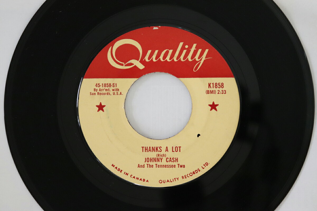 ・アーティスト Johnny Cash & The Tennessee Two ・タイトル Thanks A Lot ・レーベル Quality K1858 ・フォーマット 7インチレコード ・コンディション(盤) 良い (VG+) ・コンディション(ジャケット) プレインカバー（元ジャケット／カバー無し） ・コンディション(帯) オビなし ・特記事項 実際に発送される商品の画像です 【ご購入前に必ずご確認ください】 ・本店サイト(www.recordcity.jp)とは価格、送料が違います ・本店サイト、その他支店のオーダーとは同梱発送できません ・別倉庫から発送しているため、店頭受け渡しは対応しておりません ・一部商品は他の通販サイトでも販売しているため、ご注文のタイミングによっては商品のご用意ができない場合がございます。 ・土日祝日はお休みです 金曜・祝前日9時以降のご連絡またはご入金は、返答または発送が週明け・祝日明けに順次対応となります。 ・ご購入後のキャンセル不可 ご購入後のキャンセルはいかなる理由においてもお受けできません。ご了承の上、ご購入くださいませ。 ・日本郵便(ゆうパック/ゆうメール)によるお届けになります。 ・中古品であることをご理解ください 当ストアではお客様よりお譲りいただいた中古商品を主に販売しております。中古品であることをご理解の上ご購入ください。また、一部商品はRecordCityオンラインストアで試聴可能です。 ・返品について お客様のご都合による返品は一切承っておりません。 表記の内容と実際の商品に相違がある場合、また針飛び等で返品・返金をご希望される場合は、商品の到着後1週間以内にご連絡ください。商品の返送をこちらで確認後、キャンセル・返金を行います。 コンディションVG以下の商品は返品できません。プレイに影響のない表面のこすれ傷、プレス起因のノイズ盤は返品の対象外です。 【コンディション表記】 ・ほぼ新品(M-)(Like New) 完全な新品。未使用。当店ではほぼ使用しません ・非常に良い(EX)(Excellent) 中古盤として美品な状態。わずかな経年を感じるものの傷みを感じさせない、当店基準で最高の状態 ・良い(VG+)(Very Good Plus) 丁寧に扱われた中古品で、軽い使用感がみられる。 ・可(VG)(Acceptable) 使い込まれた中古品で、「良い」よりもさらに使用感がみられる。 ・悪い(VG-)(Bad) 状態が悪いアイテム。使用の保障はなく、再生不可、針飛び、目立つノイズがあるかもしれない。状態によるクレーム不可。返品不可。 ・非常に悪い(G)(Very Bad) 「悪い」よりさらに状態が悪いアイテム。使用の保障はなく、再生不可、針飛び、目立つノイズがあるかもしれない。状態によるクレーム不可。返品不可。 ・ジャンク(Fair)(Junk/Fair) 割れている、反っている、水ダメージがある、カビ、ジャケットが分離している、ひどい書き込み、ひどい擦れなど最低の状態。使用の保障はなく、再生不可、針飛び、目立つノイズがあるかもしれない。状態によるクレーム不可。返品不可。 ・ジャンク(Poor)(Junk/Poor) 割れている、反っている、水ダメージがある、カビ、ジャケットが分離している、ひどい書き込み、ひどい擦れなど最低の状態。使用の保障はなく、再生不可、針飛び、目立つノイズがあるかもしれない。状態によるクレーム不可。返品不可。
