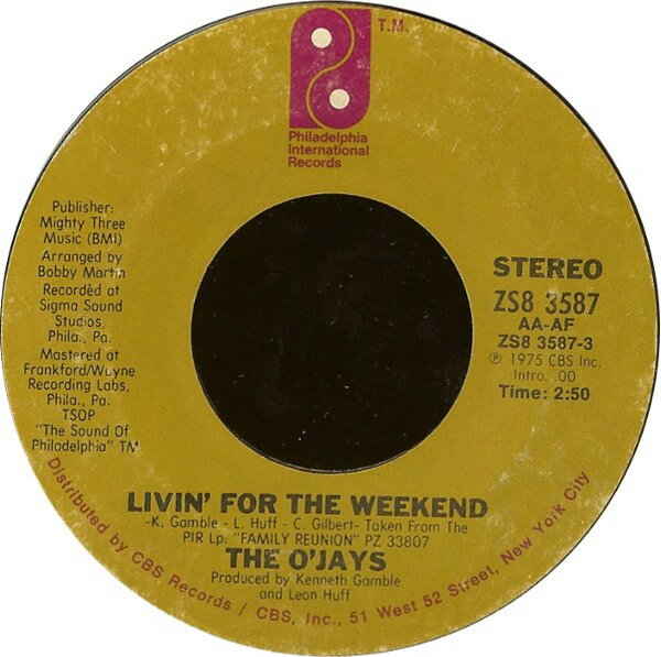・アーティスト O'Jays ・タイトル Livin' For The Weekend / Stairway To Heaven ・レーベル・型番 Philadelphia International Records ZS83587 ・フォーマット 7インチレコード ・コンディション(盤) 良い (VG+) ・コンディション(ジャケット) プレインカバー（元ジャケット／カバー無し） ・コンディション(帯) オビなし ・特記事項 サンプル画像です。実際の商品の画像ではありません 商品写真はバーコード/カタログ番号に対応したサンプル画像ですので、お送りする商品の画像ではありません。帯やライナーなどの付属品は、特記事項に記載されている場合のみ含まれます。プロモやカラーレコードなどの仕様についても、該当する場合のみ特記事項に記載しています。 【ご購入前に必ずご確認ください】 ・本店サイト(www.recordcity.jp)とは価格、送料が違います ・本店サイト、その他支店のオーダーとは同梱発送できません ・注文確定後に別の注文を頂いた場合、注文同士の同梱は致しかねます。 ・別倉庫から発送しているため、店頭受け渡しは対応しておりません ・一部商品は他の通販サイトでも販売しているため、ご注文のタイミングによっては商品のご用意ができない場合がございます。 ・土日祝日はお休みです 金曜・祝前日9時以降のご連絡またはご入金は、返答または発送が週明け・祝日明けに順次対応となります。 ・ご購入後のキャンセル不可 ご購入後のキャンセルはいかなる理由においてもお受けできません。ご了承の上、ご購入くださいませ。 ・日本郵便(ゆうパック/ゆうメール)によるお届けになります。 ・中古品であることをご理解ください 当ストアでは中古商品を主に販売しております。中古品であることをご理解の上ご購入ください。また、一部商品はRecordCityオンラインストアで試聴可能です。 ・返品について お客様のご都合による返品は一切承っておりません。 表記の内容と実際の商品に相違がある場合、また針飛び等で返品・返金をご希望される場合は、商品の到着後1週間以内にご連絡ください。商品の返送をこちらで確認後、キャンセル・返金を行います。 コンディションVG以下の商品は返品できません。プレイに影響のない表面のこすれ傷、プレス起因のノイズ盤は返品の対象外です。 【コンディション表記】 ・ほぼ新品(M-)(Like New) 完全な新品。未使用。当店ではほぼ使用しません ・非常に良い(EX)(Excellent) 中古盤として美品な状態。わずかな経年を感じるものの傷みを感じさせない、当店基準で最高の状態 ・良い(VG+)(Very Good Plus) 丁寧に扱われた中古品で、軽い使用感がみられる。 ・可(VG)(Acceptable) 使い込まれた中古品で、「良い」よりもさらに使用感がみられる。 ・悪い(VG-)(Bad) 状態が悪いアイテム。使用の保障はなく、再生不可、針飛び、目立つノイズがあるかもしれない。状態によるクレーム不可。返品不可。 ・非常に悪い(G)(Very Bad) 「悪い」よりさらに状態が悪いアイテム。使用の保障はなく、再生不可、針飛び、目立つノイズがあるかもしれない。状態によるクレーム不可。返品不可。 ・ジャンク(Fair)(Junk/Fair) 割れている、反っている、水ダメージがある、カビ、ジャケットが分離している、ひどい書き込み、ひどい擦れなど最低の状態。使用の保障はなく、再生不可、針飛び、目立つノイズがあるかもしれない。状態によるクレーム不可。返品不可。 ・ジャンク(Poor)(Junk/Poor) 割れている、反っている、水ダメージがある、カビ、ジャケットが分離している、ひどい書き込み、ひどい擦れなど最低の状態。使用の保障はなく、再生不可、針飛び、目立つノイズがあるかもしれない。状態によるクレーム不可。返品不可。