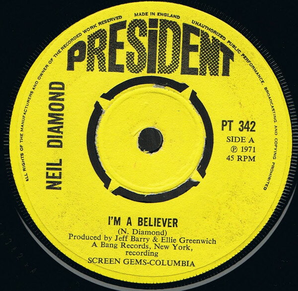 ・アーティスト Neil Diamond ・タイトル I'm A Believer ・レーベル・型番 President Records PT342 ・フォーマット 7インチレコード ・コンディション(盤) 良い (VG+) ・コンディション(ジャケット) プレインカバー（元ジャケット／カバー無し） ・コンディション(帯) オビなし ・特記事項 【盤に薄い跡】 サンプル画像です。実際の商品の画像ではありません 商品写真はバーコード/カタログ番号に対応したサンプル画像ですので、お送りする商品の画像ではありません。帯やライナーなどの付属品は、特記事項に記載されている場合のみ含まれます。プロモやカラーレコードなどの仕様についても、該当する場合のみ特記事項に記載しています。 【ご購入前に必ずご確認ください】 ・本店サイト(www.recordcity.jp)とは価格、送料が違います ・本店サイト、その他支店のオーダーとは同梱発送できません ・注文確定後に別の注文を頂いた場合、注文同士の同梱は致しかねます。 ・別倉庫から発送しているため、店頭受け渡しは対応しておりません ・一部商品は他の通販サイトでも販売しているため、ご注文のタイミングによっては商品のご用意ができない場合がございます。 ・土日祝日はお休みです 金曜・祝前日9時以降のご連絡またはご入金は、返答または発送が週明け・祝日明けに順次対応となります。 ・ご購入後のキャンセル不可 ご購入後のキャンセルはいかなる理由においてもお受けできません。ご了承の上、ご購入くださいませ。 ・日本郵便(ゆうパック/ゆうメール)によるお届けになります。 ・中古品であることをご理解ください 当ストアでは中古商品を主に販売しております。中古品であることをご理解の上ご購入ください。また、一部商品はRecordCityオンラインストアで試聴可能です。 ・返品について お客様のご都合による返品は一切承っておりません。 表記の内容と実際の商品に相違がある場合、また針飛び等で返品・返金をご希望される場合は、商品の到着後1週間以内にご連絡ください。商品の返送をこちらで確認後、キャンセル・返金を行います。 コンディションVG以下の商品は返品できません。プレイに影響のない表面のこすれ傷、プレス起因のノイズ盤は返品の対象外です。 【コンディション表記】 ・ほぼ新品(M-)(Like New) 完全な新品。未使用。当店ではほぼ使用しません ・非常に良い(EX)(Excellent) 中古盤として美品な状態。わずかな経年を感じるものの傷みを感じさせない、当店基準で最高の状態 ・良い(VG+)(Very Good Plus) 丁寧に扱われた中古品で、軽い使用感がみられる。 ・可(VG)(Acceptable) 使い込まれた中古品で、「良い」よりもさらに使用感がみられる。 ・悪い(VG-)(Bad) 状態が悪いアイテム。使用の保障はなく、再生不可、針飛び、目立つノイズがあるかもしれない。状態によるクレーム不可。返品不可。 ・非常に悪い(G)(Very Bad) 「悪い」よりさらに状態が悪いアイテム。使用の保障はなく、再生不可、針飛び、目立つノイズがあるかもしれない。状態によるクレーム不可。返品不可。 ・ジャンク(Fair)(Junk/Fair) 割れている、反っている、水ダメージがある、カビ、ジャケットが分離している、ひどい書き込み、ひどい擦れなど最低の状態。使用の保障はなく、再生不可、針飛び、目立つノイズがあるかもしれない。状態によるクレーム不可。返品不可。 ・ジャンク(Poor)(Junk/Poor) 割れている、反っている、水ダメージがある、カビ、ジャケットが分離している、ひどい書き込み、ひどい擦れなど最低の状態。使用の保障はなく、再生不可、針飛び、目立つノイズがあるかもしれない。状態によるクレーム不可。返品不可。