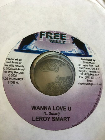 ・アーティスト Leroy Smart ・タイトル Wanna Love U ・レーベル・型番 Free Willy NONE ・フォーマット 7インチレコード ・コンディション(盤) 良い (VG+) ・コンディション(ジャケット) ・コンディション(帯) オビなし ・特記事項 サンプル画像です。実際の商品の画像ではありません 商品写真はバーコード/カタログ番号に対応したサンプル画像ですので、お送りする商品の画像ではありません。帯やライナーなどの付属品は、特記事項に記載されている場合のみ含まれます。プロモやカラーレコードなどの仕様についても、該当する場合のみ特記事項に記載しています。 【ご購入前に必ずご確認ください】 ・本店サイト(www.recordcity.jp)とは価格、送料が違います ・本店サイト、その他支店のオーダーとは同梱発送できません ・注文確定後に別の注文を頂いた場合、注文同士の同梱は致しかねます。 ・別倉庫から発送しているため、店頭受け渡しは対応しておりません ・一部商品は他の通販サイトでも販売しているため、ご注文のタイミングによっては商品のご用意ができない場合がございます。 ・土日祝日はお休みです 金曜・祝前日9時以降のご連絡またはご入金は、返答または発送が週明け・祝日明けに順次対応となります。 ・ご購入後のキャンセル不可 ご購入後のキャンセルはいかなる理由においてもお受けできません。ご了承の上、ご購入くださいませ。 ・日本郵便(ゆうパック/ゆうメール)によるお届けになります。 ・中古品であることをご理解ください 当ストアでは中古商品を主に販売しております。中古品であることをご理解の上ご購入ください。また、一部商品はRecordCityオンラインストアで試聴可能です。 ・返品について お客様のご都合による返品は一切承っておりません。 表記の内容と実際の商品に相違がある場合、また針飛び等で返品・返金をご希望される場合は、商品の到着後1週間以内にご連絡ください。商品の返送をこちらで確認後、キャンセル・返金を行います。 コンディションVG以下の商品は返品できません。プレイに影響のない表面のこすれ傷、プレス起因のノイズ盤は返品の対象外です。 【コンディション表記】 ・ほぼ新品(M-)(Like New) 完全な新品。未使用。当店ではほぼ使用しません ・非常に良い(EX)(Excellent) 中古盤として美品な状態。わずかな経年を感じるものの傷みを感じさせない、当店基準で最高の状態 ・良い(VG+)(Very Good Plus) 丁寧に扱われた中古品で、軽い使用感がみられる。 ・可(VG)(Acceptable) 使い込まれた中古品で、「良い」よりもさらに使用感がみられる。 ・悪い(VG-)(Bad) 状態が悪いアイテム。使用の保障はなく、再生不可、針飛び、目立つノイズがあるかもしれない。状態によるクレーム不可。返品不可。 ・非常に悪い(G)(Very Bad) 「悪い」よりさらに状態が悪いアイテム。使用の保障はなく、再生不可、針飛び、目立つノイズがあるかもしれない。状態によるクレーム不可。返品不可。 ・ジャンク(Fair)(Junk/Fair) 割れている、反っている、水ダメージがある、カビ、ジャケットが分離している、ひどい書き込み、ひどい擦れなど最低の状態。使用の保障はなく、再生不可、針飛び、目立つノイズがあるかもしれない。状態によるクレーム不可。返品不可。 ・ジャンク(Poor)(Junk/Poor) 割れている、反っている、水ダメージがある、カビ、ジャケットが分離している、ひどい書き込み、ひどい擦れなど最低の状態。使用の保障はなく、再生不可、針飛び、目立つノイズがあるかもしれない。状態によるクレーム不可。返品不可。
