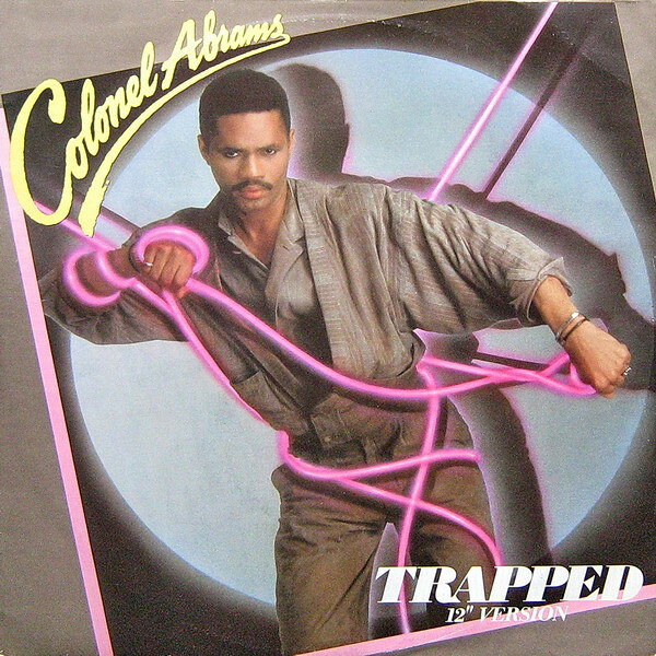 ・アーティスト Colonel Abrams ・タイトル Trapped (12" Version) ・レーベル・型番 MCA Records MCAT997 ・フォーマット 12インチレコード ・コンディション(盤) 良い (VG+) ・コンディション(ジャケット) 可 (VG) ・コンディション(帯) オビなし ・特記事項 【カバー抜け】【カバーにシール付着】 サンプル画像です。実際の商品の画像ではありません 商品写真はバーコード/カタログ番号に対応したサンプル画像ですので、お送りする商品の画像ではありません。帯やライナーなどの付属品は、特記事項に記載されている場合のみ含まれます。プロモやカラーレコードなどの仕様についても、該当する場合のみ特記事項に記載しています。 【ご購入前に必ずご確認ください】 ・本店サイト(www.recordcity.jp)とは価格、送料が違います ・本店サイト、その他支店のオーダーとは同梱発送できません ・注文確定後に別の注文を頂いた場合、注文同士の同梱は致しかねます。 ・別倉庫から発送しているため、店頭受け渡しは対応しておりません ・一部商品は他の通販サイトでも販売しているため、ご注文のタイミングによっては商品のご用意ができない場合がございます。 ・土日祝日はお休みです 金曜・祝前日9時以降のご連絡またはご入金は、返答または発送が週明け・祝日明けに順次対応となります。 ・ご購入後のキャンセル不可 ご購入後のキャンセルはいかなる理由においてもお受けできません。ご了承の上、ご購入くださいませ。 ・日本郵便(ゆうパック/ゆうメール)によるお届けになります。 ・中古品であることをご理解ください 当ストアでは中古商品を主に販売しております。中古品であることをご理解の上ご購入ください。また、一部商品はRecordCityオンラインストアで試聴可能です。 ・返品について お客様のご都合による返品は一切承っておりません。 表記の内容と実際の商品に相違がある場合、また針飛び等で返品・返金をご希望される場合は、商品の到着後1週間以内にご連絡ください。商品の返送をこちらで確認後、キャンセル・返金を行います。 コンディションVG以下の商品は返品できません。プレイに影響のない表面のこすれ傷、プレス起因のノイズ盤は返品の対象外です。 【コンディション表記】 ・ほぼ新品(M-)(Like New) 完全な新品。未使用。当店ではほぼ使用しません ・非常に良い(EX)(Excellent) 中古盤として美品な状態。わずかな経年を感じるものの傷みを感じさせない、当店基準で最高の状態 ・良い(VG+)(Very Good Plus) 丁寧に扱われた中古品で、軽い使用感がみられる。 ・可(VG)(Acceptable) 使い込まれた中古品で、「良い」よりもさらに使用感がみられる。 ・悪い(VG-)(Bad) 状態が悪いアイテム。使用の保障はなく、再生不可、針飛び、目立つノイズがあるかもしれない。状態によるクレーム不可。返品不可。 ・非常に悪い(G)(Very Bad) 「悪い」よりさらに状態が悪いアイテム。使用の保障はなく、再生不可、針飛び、目立つノイズがあるかもしれない。状態によるクレーム不可。返品不可。 ・ジャンク(Fair)(Junk/Fair) 割れている、反っている、水ダメージがある、カビ、ジャケットが分離している、ひどい書き込み、ひどい擦れなど最低の状態。使用の保障はなく、再生不可、針飛び、目立つノイズがあるかもしれない。状態によるクレーム不可。返品不可。 ・ジャンク(Poor)(Junk/Poor) 割れている、反っている、水ダメージがある、カビ、ジャケットが分離している、ひどい書き込み、ひどい擦れなど最低の状態。使用の保障はなく、再生不可、針飛び、目立つノイズがあるかもしれない。状態によるクレーム不可。返品不可。