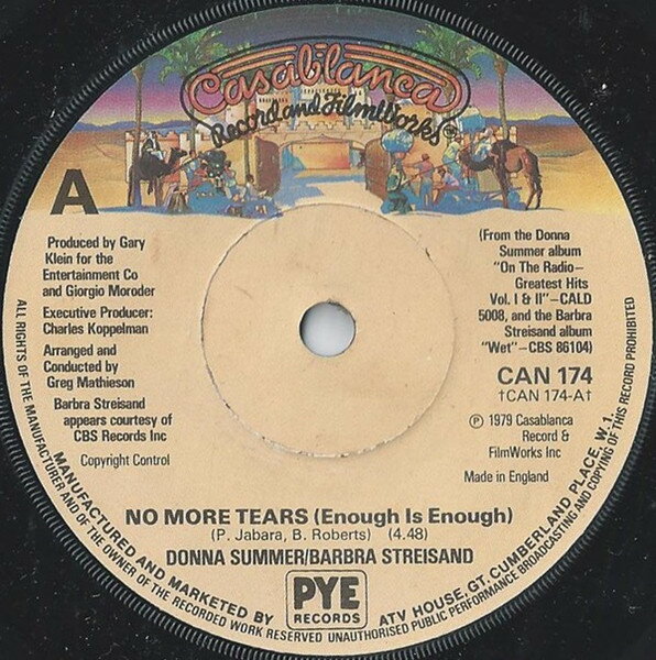 ・アーティスト Donna Summer / Barbra Streisand ・タイトル No More Tears (Enough Is Enough) / My Baby Understands ・レーベル・型番 Casablanca CAN174 ・フォーマット 7インチレコード ・コンディション(盤) 良い (VG+) ・コンディション(ジャケット) プレインカバー（元ジャケット／カバー無し） ・コンディション(帯) オビなし ・特記事項 【盤に薄い跡】【Company Sleeve】 サンプル画像です。実際の商品の画像ではありません 商品写真はバーコード/カタログ番号に対応したサンプル画像ですので、お送りする商品の画像ではありません。帯やライナーなどの付属品は、特記事項に記載されている場合のみ含まれます。プロモやカラーレコードなどの仕様についても、該当する場合のみ特記事項に記載しています。 【ご購入前に必ずご確認ください】 ・本店サイト(www.recordcity.jp)とは価格、送料が違います ・本店サイト、その他支店のオーダーとは同梱発送できません ・注文確定後に別の注文を頂いた場合、注文同士の同梱は致しかねます。 ・別倉庫から発送しているため、店頭受け渡しは対応しておりません ・一部商品は他の通販サイトでも販売しているため、ご注文のタイミングによっては商品のご用意ができない場合がございます。 ・土日祝日はお休みです 金曜・祝前日9時以降のご連絡またはご入金は、返答または発送が週明け・祝日明けに順次対応となります。 ・ご購入後のキャンセル不可 ご購入後のキャンセルはいかなる理由においてもお受けできません。ご了承の上、ご購入くださいませ。 ・日本郵便(ゆうパック/ゆうメール)によるお届けになります。 ・中古品であることをご理解ください 当ストアでは中古商品を主に販売しております。中古品であることをご理解の上ご購入ください。また、一部商品はRecordCityオンラインストアで試聴可能です。 ・返品について お客様のご都合による返品は一切承っておりません。 表記の内容と実際の商品に相違がある場合、また針飛び等で返品・返金をご希望される場合は、商品の到着後1週間以内にご連絡ください。商品の返送をこちらで確認後、キャンセル・返金を行います。 コンディションVG以下の商品は返品できません。プレイに影響のない表面のこすれ傷、プレス起因のノイズ盤は返品の対象外です。 【コンディション表記】 ・ほぼ新品(M-)(Like New) 完全な新品。未使用。当店ではほぼ使用しません ・非常に良い(EX)(Excellent) 中古盤として美品な状態。わずかな経年を感じるものの傷みを感じさせない、当店基準で最高の状態 ・良い(VG+)(Very Good Plus) 丁寧に扱われた中古品で、軽い使用感がみられる。 ・可(VG)(Acceptable) 使い込まれた中古品で、「良い」よりもさらに使用感がみられる。 ・悪い(VG-)(Bad) 状態が悪いアイテム。使用の保障はなく、再生不可、針飛び、目立つノイズがあるかもしれない。状態によるクレーム不可。返品不可。 ・非常に悪い(G)(Very Bad) 「悪い」よりさらに状態が悪いアイテム。使用の保障はなく、再生不可、針飛び、目立つノイズがあるかもしれない。状態によるクレーム不可。返品不可。 ・ジャンク(Fair)(Junk/Fair) 割れている、反っている、水ダメージがある、カビ、ジャケットが分離している、ひどい書き込み、ひどい擦れなど最低の状態。使用の保障はなく、再生不可、針飛び、目立つノイズがあるかもしれない。状態によるクレーム不可。返品不可。 ・ジャンク(Poor)(Junk/Poor) 割れている、反っている、水ダメージがある、カビ、ジャケットが分離している、ひどい書き込み、ひどい擦れなど最低の状態。使用の保障はなく、再生不可、針飛び、目立つノイズがあるかもしれない。状態によるクレーム不可。返品不可。