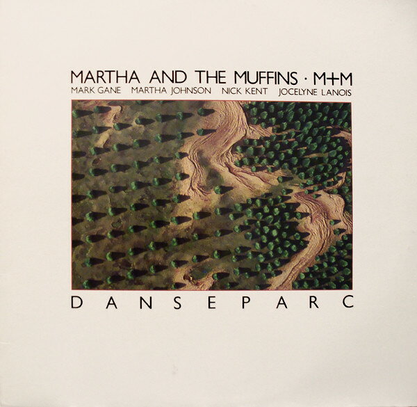 ・アーティスト Martha & The Muffins / M + M ・タイトル Danseparc ・レーベル・型番 Current WAVE1 ・フォーマット LPレコード ・コンディション(盤) 良い (VG+) ・コンディション(ジャケット) 良い (VG+) ・コンディション(帯) オビなし ・特記事項 【カバーにシール付着】 サンプル画像です。実際の商品の画像ではありません 商品写真はバーコード/カタログ番号に対応したサンプル画像ですので、お送りする商品の画像ではありません。帯やライナーなどの付属品は、特記事項に記載されている場合のみ含まれます。プロモやカラーレコードなどの仕様についても、該当する場合のみ特記事項に記載しています。 【ご購入前に必ずご確認ください】 ・本店サイト(www.recordcity.jp)とは価格、送料が違います ・本店サイト、その他支店のオーダーとは同梱発送できません ・注文確定後に別の注文を頂いた場合、注文同士の同梱は致しかねます。 ・別倉庫から発送しているため、店頭受け渡しは対応しておりません ・一部商品は他の通販サイトでも販売しているため、ご注文のタイミングによっては商品のご用意ができない場合がございます。 ・土日祝日はお休みです 金曜・祝前日9時以降のご連絡またはご入金は、返答または発送が週明け・祝日明けに順次対応となります。 ・ご購入後のキャンセル不可 ご購入後のキャンセルはいかなる理由においてもお受けできません。ご了承の上、ご購入くださいませ。 ・日本郵便(ゆうパック/ゆうメール)によるお届けになります。 ・中古品であることをご理解ください 当ストアでは中古商品を主に販売しております。中古品であることをご理解の上ご購入ください。また、一部商品はRecordCityオンラインストアで試聴可能です。 ・返品について お客様のご都合による返品は一切承っておりません。 表記の内容と実際の商品に相違がある場合、また針飛び等で返品・返金をご希望される場合は、商品の到着後1週間以内にご連絡ください。商品の返送をこちらで確認後、キャンセル・返金を行います。 コンディションVG以下の商品は返品できません。プレイに影響のない表面のこすれ傷、プレス起因のノイズ盤は返品の対象外です。 【コンディション表記】 ・ほぼ新品(M-)(Like New) 完全な新品。未使用。当店ではほぼ使用しません ・非常に良い(EX)(Excellent) 中古盤として美品な状態。わずかな経年を感じるものの傷みを感じさせない、当店基準で最高の状態 ・良い(VG+)(Very Good Plus) 丁寧に扱われた中古品で、軽い使用感がみられる。 ・可(VG)(Acceptable) 使い込まれた中古品で、「良い」よりもさらに使用感がみられる。 ・悪い(VG-)(Bad) 状態が悪いアイテム。使用の保障はなく、再生不可、針飛び、目立つノイズがあるかもしれない。状態によるクレーム不可。返品不可。 ・非常に悪い(G)(Very Bad) 「悪い」よりさらに状態が悪いアイテム。使用の保障はなく、再生不可、針飛び、目立つノイズがあるかもしれない。状態によるクレーム不可。返品不可。 ・ジャンク(Fair)(Junk/Fair) 割れている、反っている、水ダメージがある、カビ、ジャケットが分離している、ひどい書き込み、ひどい擦れなど最低の状態。使用の保障はなく、再生不可、針飛び、目立つノイズがあるかもしれない。状態によるクレーム不可。返品不可。 ・ジャンク(Poor)(Junk/Poor) 割れている、反っている、水ダメージがある、カビ、ジャケットが分離している、ひどい書き込み、ひどい擦れなど最低の状態。使用の保障はなく、再生不可、針飛び、目立つノイズがあるかもしれない。状態によるクレーム不可。返品不可。
