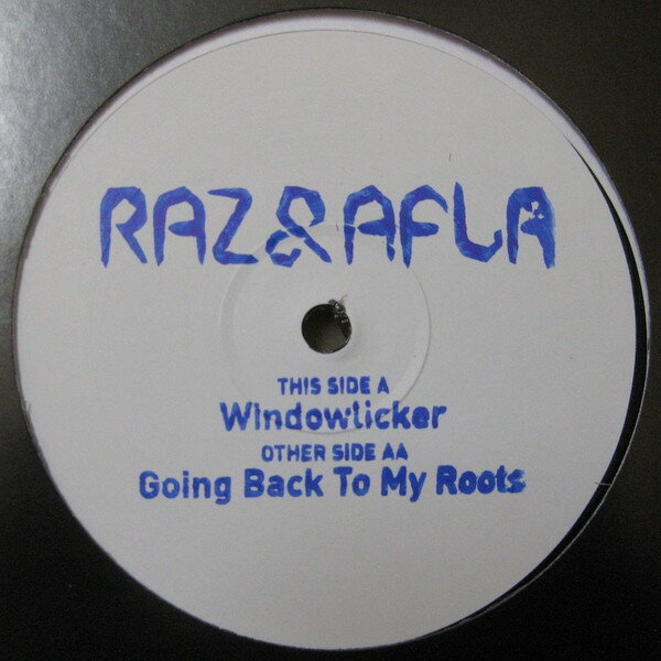 ・アーティスト Raz & Afla ・タイトル Windowlicker / Going Back To My Roots ・レーベル・型番 WAH WAH 45S WAH12048 ・フォーマット LPレコード ・コンディション(盤) 新品 (M) ・コンディション(ジャケット) ・コンディション(帯) オビなし ・特記事項 サンプル画像です。実際の商品の画像ではありません 商品写真はバーコード/カタログ番号に対応したサンプル画像ですので、お送りする商品の画像ではありません。帯やライナーなどの付属品は、特記事項に記載されている場合のみ含まれます。プロモやカラーレコードなどの仕様についても、該当する場合のみ特記事項に記載しています。 【ご購入前に必ずご確認ください】 ・本店サイト(www.recordcity.jp)とは価格、送料が違います ・本店サイト、その他支店のオーダーとは同梱発送できません ・注文確定後に別の注文を頂いた場合、注文同士の同梱は致しかねます。 ・別倉庫から発送しているため、店頭受け渡しは対応しておりません ・一部商品は他の通販サイトでも販売しているため、ご注文のタイミングによっては商品のご用意ができない場合がございます。 ・土日祝日はお休みです 金曜・祝前日9時以降のご連絡またはご入金は、返答または発送が週明け・祝日明けに順次対応となります。 ・ご購入後のキャンセル不可 ご購入後のキャンセルはいかなる理由においてもお受けできません。ご了承の上、ご購入くださいませ。 ・日本郵便(ゆうパック/ゆうメール)によるお届けになります。 ・中古品であることをご理解ください 当ストアでは中古商品を主に販売しております。中古品であることをご理解の上ご購入ください。また、一部商品はRecordCityオンラインストアで試聴可能です。 ・返品について お客様のご都合による返品は一切承っておりません。 表記の内容と実際の商品に相違がある場合、また針飛び等で返品・返金をご希望される場合は、商品の到着後1週間以内にご連絡ください。商品の返送をこちらで確認後、キャンセル・返金を行います。 コンディションVG以下の商品は返品できません。プレイに影響のない表面のこすれ傷、プレス起因のノイズ盤は返品の対象外です。 【コンディション表記】 ・ほぼ新品(M-)(Like New) 完全な新品。未使用。当店ではほぼ使用しません ・非常に良い(EX)(Excellent) 中古盤として美品な状態。わずかな経年を感じるものの傷みを感じさせない、当店基準で最高の状態 ・良い(VG+)(Very Good Plus) 丁寧に扱われた中古品で、軽い使用感がみられる。 ・可(VG)(Acceptable) 使い込まれた中古品で、「良い」よりもさらに使用感がみられる。 ・悪い(VG-)(Bad) 状態が悪いアイテム。使用の保障はなく、再生不可、針飛び、目立つノイズがあるかもしれない。状態によるクレーム不可。返品不可。 ・非常に悪い(G)(Very Bad) 「悪い」よりさらに状態が悪いアイテム。使用の保障はなく、再生不可、針飛び、目立つノイズがあるかもしれない。状態によるクレーム不可。返品不可。 ・ジャンク(Fair)(Junk/Fair) 割れている、反っている、水ダメージがある、カビ、ジャケットが分離している、ひどい書き込み、ひどい擦れなど最低の状態。使用の保障はなく、再生不可、針飛び、目立つノイズがあるかもしれない。状態によるクレーム不可。返品不可。 ・ジャンク(Poor)(Junk/Poor) 割れている、反っている、水ダメージがある、カビ、ジャケットが分離している、ひどい書き込み、ひどい擦れなど最低の状態。使用の保障はなく、再生不可、針飛び、目立つノイズがあるかもしれない。状態によるクレーム不可。返品不可。