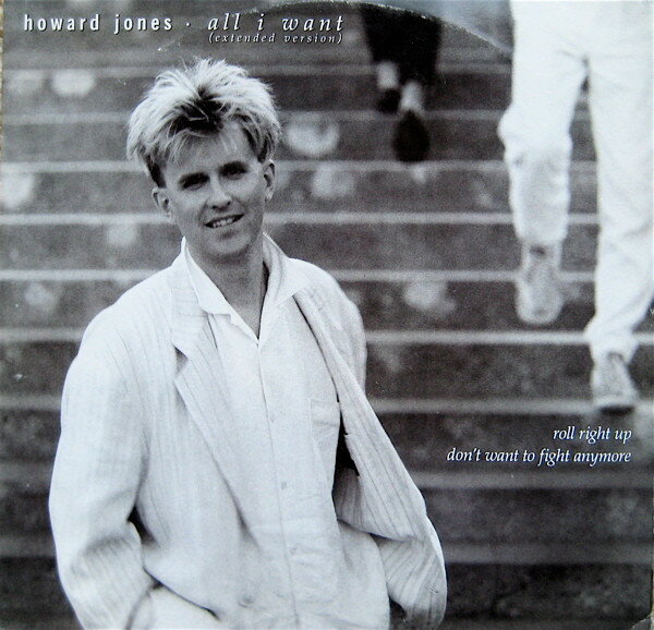 ・アーティスト Howard Jones ・タイトル All I Want (Extended Version) / Roll Right Up / Don't Want To Fight Anymore ・レーベル・型番 WEA HOW10T ・フォーマット 12インチレコード ・コンディション(盤) 非常に良い(EX) ・コンディション(ジャケット) 良い (VG+) ・コンディション(帯) オビなし ・特記事項 【カバー抜け】 サンプル画像です。実際の商品の画像ではありません 商品写真はバーコード/カタログ番号に対応したサンプル画像ですので、お送りする商品の画像ではありません。帯やライナーなどの付属品は、特記事項に記載されている場合のみ含まれます。プロモやカラーレコードなどの仕様についても、該当する場合のみ特記事項に記載しています。 【ご購入前に必ずご確認ください】 ・本店サイト(www.recordcity.jp)とは価格、送料が違います ・本店サイト、その他支店のオーダーとは同梱発送できません ・注文確定後に別の注文を頂いた場合、注文同士の同梱は致しかねます。 ・別倉庫から発送しているため、店頭受け渡しは対応しておりません ・一部商品は他の通販サイトでも販売しているため、ご注文のタイミングによっては商品のご用意ができない場合がございます。 ・土日祝日はお休みです 金曜・祝前日9時以降のご連絡またはご入金は、返答または発送が週明け・祝日明けに順次対応となります。 ・ご購入後のキャンセル不可 ご購入後のキャンセルはいかなる理由においてもお受けできません。ご了承の上、ご購入くださいませ。 ・日本郵便(ゆうパック/ゆうメール)によるお届けになります。 ・中古品であることをご理解ください 当ストアでは中古商品を主に販売しております。中古品であることをご理解の上ご購入ください。また、一部商品はRecordCityオンラインストアで試聴可能です。 ・返品について お客様のご都合による返品は一切承っておりません。 表記の内容と実際の商品に相違がある場合、また針飛び等で返品・返金をご希望される場合は、商品の到着後1週間以内にご連絡ください。商品の返送をこちらで確認後、キャンセル・返金を行います。 コンディションVG以下の商品は返品できません。プレイに影響のない表面のこすれ傷、プレス起因のノイズ盤は返品の対象外です。 【コンディション表記】 ・ほぼ新品(M-)(Like New) 完全な新品。未使用。当店ではほぼ使用しません ・非常に良い(EX)(Excellent) 中古盤として美品な状態。わずかな経年を感じるものの傷みを感じさせない、当店基準で最高の状態 ・良い(VG+)(Very Good Plus) 丁寧に扱われた中古品で、軽い使用感がみられる。 ・可(VG)(Acceptable) 使い込まれた中古品で、「良い」よりもさらに使用感がみられる。 ・悪い(VG-)(Bad) 状態が悪いアイテム。使用の保障はなく、再生不可、針飛び、目立つノイズがあるかもしれない。状態によるクレーム不可。返品不可。 ・非常に悪い(G)(Very Bad) 「悪い」よりさらに状態が悪いアイテム。使用の保障はなく、再生不可、針飛び、目立つノイズがあるかもしれない。状態によるクレーム不可。返品不可。 ・ジャンク(Fair)(Junk/Fair) 割れている、反っている、水ダメージがある、カビ、ジャケットが分離している、ひどい書き込み、ひどい擦れなど最低の状態。使用の保障はなく、再生不可、針飛び、目立つノイズがあるかもしれない。状態によるクレーム不可。返品不可。 ・ジャンク(Poor)(Junk/Poor) 割れている、反っている、水ダメージがある、カビ、ジャケットが分離している、ひどい書き込み、ひどい擦れなど最低の状態。使用の保障はなく、再生不可、針飛び、目立つノイズがあるかもしれない。状態によるクレーム不可。返品不可。