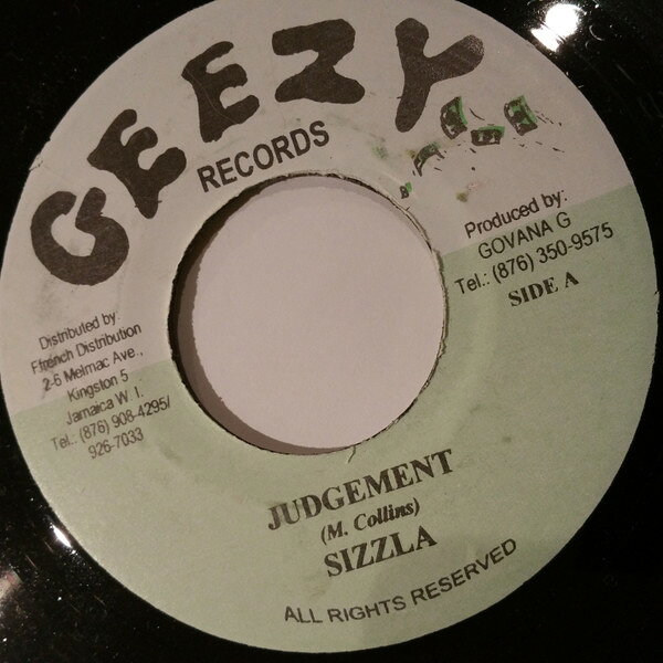 ・アーティスト Sizzla ・タイトル Judgement ・レーベル・型番 Geezy Records NONE ・フォーマット 7インチレコード ・コンディション(盤) 良い (VG+) ・コンディション(ジャケット) ・コンディション(帯) オビなし ・特記事項 【レーベルにシール付着】 サンプル画像です。実際の商品の画像ではありません 商品写真はバーコード/カタログ番号に対応したサンプル画像ですので、お送りする商品の画像ではありません。帯やライナーなどの付属品は、特記事項に記載されている場合のみ含まれます。プロモやカラーレコードなどの仕様についても、該当する場合のみ特記事項に記載しています。 【ご購入前に必ずご確認ください】 ・本店サイト(www.recordcity.jp)とは価格、送料が違います ・本店サイト、その他支店のオーダーとは同梱発送できません ・注文確定後に別の注文を頂いた場合、注文同士の同梱は致しかねます。 ・別倉庫から発送しているため、店頭受け渡しは対応しておりません ・一部商品は他の通販サイトでも販売しているため、ご注文のタイミングによっては商品のご用意ができない場合がございます。 ・土日祝日はお休みです 金曜・祝前日9時以降のご連絡またはご入金は、返答または発送が週明け・祝日明けに順次対応となります。 ・ご購入後のキャンセル不可 ご購入後のキャンセルはいかなる理由においてもお受けできません。ご了承の上、ご購入くださいませ。 ・日本郵便(ゆうパック/ゆうメール)によるお届けになります。 ・中古品であることをご理解ください 当ストアでは中古商品を主に販売しております。中古品であることをご理解の上ご購入ください。また、一部商品はRecordCityオンラインストアで試聴可能です。 ・返品について お客様のご都合による返品は一切承っておりません。 表記の内容と実際の商品に相違がある場合、また針飛び等で返品・返金をご希望される場合は、商品の到着後1週間以内にご連絡ください。商品の返送をこちらで確認後、キャンセル・返金を行います。 コンディションVG以下の商品は返品できません。プレイに影響のない表面のこすれ傷、プレス起因のノイズ盤は返品の対象外です。 【コンディション表記】 ・ほぼ新品(M-)(Like New) 完全な新品。未使用。当店ではほぼ使用しません ・非常に良い(EX)(Excellent) 中古盤として美品な状態。わずかな経年を感じるものの傷みを感じさせない、当店基準で最高の状態 ・良い(VG+)(Very Good Plus) 丁寧に扱われた中古品で、軽い使用感がみられる。 ・可(VG)(Acceptable) 使い込まれた中古品で、「良い」よりもさらに使用感がみられる。 ・悪い(VG-)(Bad) 状態が悪いアイテム。使用の保障はなく、再生不可、針飛び、目立つノイズがあるかもしれない。状態によるクレーム不可。返品不可。 ・非常に悪い(G)(Very Bad) 「悪い」よりさらに状態が悪いアイテム。使用の保障はなく、再生不可、針飛び、目立つノイズがあるかもしれない。状態によるクレーム不可。返品不可。 ・ジャンク(Fair)(Junk/Fair) 割れている、反っている、水ダメージがある、カビ、ジャケットが分離している、ひどい書き込み、ひどい擦れなど最低の状態。使用の保障はなく、再生不可、針飛び、目立つノイズがあるかもしれない。状態によるクレーム不可。返品不可。 ・ジャンク(Poor)(Junk/Poor) 割れている、反っている、水ダメージがある、カビ、ジャケットが分離している、ひどい書き込み、ひどい擦れなど最低の状態。使用の保障はなく、再生不可、針飛び、目立つノイズがあるかもしれない。状態によるクレーム不可。返品不可。