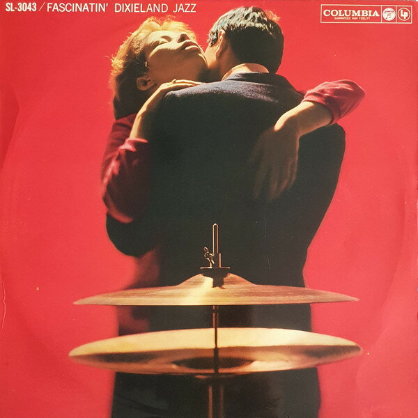 ・アーティスト Various ・タイトル Fascinatin' Dixieland Jazz ・レーベル・型番 COLUMBIA SL3043 ・フォーマット LPレコード ・コンディション(盤) 良い (VG+) ・コンディション(ジャケット) 良い (VG+) ・コンディション(帯) オビなし ・特記事項 【カバーにカットアウトホール】【盤に薄い跡】 サンプル画像です。実際の商品の画像ではありません 商品写真はバーコード/カタログ番号に対応したサンプル画像ですので、お送りする商品の画像ではありません。帯やライナーなどの付属品は、特記事項に記載されている場合のみ含まれます。プロモやカラーレコードなどの仕様についても、該当する場合のみ特記事項に記載しています。 【ご購入前に必ずご確認ください】 ・本店サイト(www.recordcity.jp)とは価格、送料が違います ・本店サイト、その他支店のオーダーとは同梱発送できません ・注文確定後に別の注文を頂いた場合、注文同士の同梱は致しかねます。 ・別倉庫から発送しているため、店頭受け渡しは対応しておりません ・一部商品は他の通販サイトでも販売しているため、ご注文のタイミングによっては商品のご用意ができない場合がございます。 ・土日祝日はお休みです 金曜・祝前日9時以降のご連絡またはご入金は、返答または発送が週明け・祝日明けに順次対応となります。 ・ご購入後のキャンセル不可 ご購入後のキャンセルはいかなる理由においてもお受けできません。ご了承の上、ご購入くださいませ。 ・日本郵便(ゆうパック/ゆうメール)によるお届けになります。 ・中古品であることをご理解ください 当ストアでは中古商品を主に販売しております。中古品であることをご理解の上ご購入ください。また、一部商品はRecordCityオンラインストアで試聴可能です。 ・返品について お客様のご都合による返品は一切承っておりません。 表記の内容と実際の商品に相違がある場合、また針飛び等で返品・返金をご希望される場合は、商品の到着後1週間以内にご連絡ください。商品の返送をこちらで確認後、キャンセル・返金を行います。 コンディションVG以下の商品は返品できません。プレイに影響のない表面のこすれ傷、プレス起因のノイズ盤は返品の対象外です。 【コンディション表記】 ・ほぼ新品(M-)(Like New) 完全な新品。未使用。当店ではほぼ使用しません ・非常に良い(EX)(Excellent) 中古盤として美品な状態。わずかな経年を感じるものの傷みを感じさせない、当店基準で最高の状態 ・良い(VG+)(Very Good Plus) 丁寧に扱われた中古品で、軽い使用感がみられる。 ・可(VG)(Acceptable) 使い込まれた中古品で、「良い」よりもさらに使用感がみられる。 ・悪い(VG-)(Bad) 状態が悪いアイテム。使用の保障はなく、再生不可、針飛び、目立つノイズがあるかもしれない。状態によるクレーム不可。返品不可。 ・非常に悪い(G)(Very Bad) 「悪い」よりさらに状態が悪いアイテム。使用の保障はなく、再生不可、針飛び、目立つノイズがあるかもしれない。状態によるクレーム不可。返品不可。 ・ジャンク(Fair)(Junk/Fair) 割れている、反っている、水ダメージがある、カビ、ジャケットが分離している、ひどい書き込み、ひどい擦れなど最低の状態。使用の保障はなく、再生不可、針飛び、目立つノイズがあるかもしれない。状態によるクレーム不可。返品不可。 ・ジャンク(Poor)(Junk/Poor) 割れている、反っている、水ダメージがある、カビ、ジャケットが分離している、ひどい書き込み、ひどい擦れなど最低の状態。使用の保障はなく、再生不可、針飛び、目立つノイズがあるかもしれない。状態によるクレーム不可。返品不可。