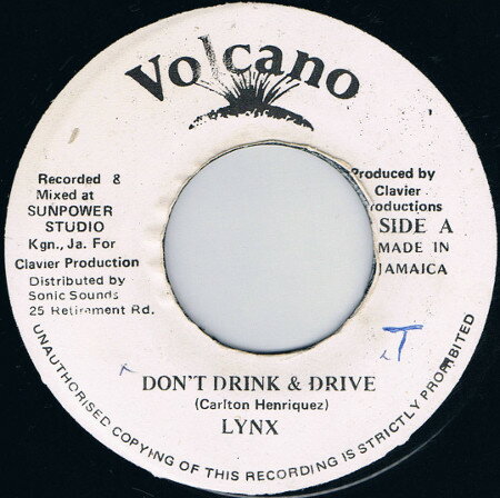 ・アーティスト Lynx ・タイトル Don't Drink & Drive ・レーベル・型番 Volcano NONE ・フォーマット 7インチレコード ・コンディション(盤) 良い (VG+) ・コンディション(ジャケット) ・コンディション(帯) オビなし ・特記事項 サンプル画像です。実際の商品の画像ではありません 商品写真はバーコード/カタログ番号に対応したサンプル画像ですので、お送りする商品の画像ではありません。帯やライナーなどの付属品は、特記事項に記載されている場合のみ含まれます。プロモやカラーレコードなどの仕様についても、該当する場合のみ特記事項に記載しています。 【ご購入前に必ずご確認ください】 ・本店サイト(www.recordcity.jp)とは価格、送料が違います ・本店サイト、その他支店のオーダーとは同梱発送できません ・注文確定後に別の注文を頂いた場合、注文同士の同梱は致しかねます。 ・別倉庫から発送しているため、店頭受け渡しは対応しておりません ・一部商品は他の通販サイトでも販売しているため、ご注文のタイミングによっては商品のご用意ができない場合がございます。 ・土日祝日はお休みです 金曜・祝前日9時以降のご連絡またはご入金は、返答または発送が週明け・祝日明けに順次対応となります。 ・ご購入後のキャンセル不可 ご購入後のキャンセルはいかなる理由においてもお受けできません。ご了承の上、ご購入くださいませ。 ・日本郵便(ゆうパック/ゆうメール)によるお届けになります。 ・中古品であることをご理解ください 当ストアでは中古商品を主に販売しております。中古品であることをご理解の上ご購入ください。また、一部商品はRecordCityオンラインストアで試聴可能です。 ・返品について お客様のご都合による返品は一切承っておりません。 表記の内容と実際の商品に相違がある場合、また針飛び等で返品・返金をご希望される場合は、商品の到着後1週間以内にご連絡ください。商品の返送をこちらで確認後、キャンセル・返金を行います。 コンディションVG以下の商品は返品できません。プレイに影響のない表面のこすれ傷、プレス起因のノイズ盤は返品の対象外です。 【コンディション表記】 ・ほぼ新品(M-)(Like New) 完全な新品。未使用。当店ではほぼ使用しません ・非常に良い(EX)(Excellent) 中古盤として美品な状態。わずかな経年を感じるものの傷みを感じさせない、当店基準で最高の状態 ・良い(VG+)(Very Good Plus) 丁寧に扱われた中古品で、軽い使用感がみられる。 ・可(VG)(Acceptable) 使い込まれた中古品で、「良い」よりもさらに使用感がみられる。 ・悪い(VG-)(Bad) 状態が悪いアイテム。使用の保障はなく、再生不可、針飛び、目立つノイズがあるかもしれない。状態によるクレーム不可。返品不可。 ・非常に悪い(G)(Very Bad) 「悪い」よりさらに状態が悪いアイテム。使用の保障はなく、再生不可、針飛び、目立つノイズがあるかもしれない。状態によるクレーム不可。返品不可。 ・ジャンク(Fair)(Junk/Fair) 割れている、反っている、水ダメージがある、カビ、ジャケットが分離している、ひどい書き込み、ひどい擦れなど最低の状態。使用の保障はなく、再生不可、針飛び、目立つノイズがあるかもしれない。状態によるクレーム不可。返品不可。 ・ジャンク(Poor)(Junk/Poor) 割れている、反っている、水ダメージがある、カビ、ジャケットが分離している、ひどい書き込み、ひどい擦れなど最低の状態。使用の保障はなく、再生不可、針飛び、目立つノイズがあるかもしれない。状態によるクレーム不可。返品不可。