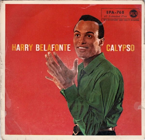 ・アーティスト Harry Belafonte ・タイトル Calypso ・レーベル・型番 RCA VICTOR EPA768 ・フォーマット 7インチレコード ・コンディション(盤) 良い (VG+) ・コンディション(ジャケット) 良い (VG+) ・コンディション(帯) オビなし ・特記事項 サンプル画像です。実際の商品の画像ではありません 商品写真はバーコード/カタログ番号に対応したサンプル画像ですので、お送りする商品の画像ではありません。帯やライナーなどの付属品は、特記事項に記載されている場合のみ含まれます。プロモやカラーレコードなどの仕様についても、該当する場合のみ特記事項に記載しています。 【ご購入前に必ずご確認ください】 ・本店サイト(www.recordcity.jp)とは価格、送料が違います ・本店サイト、その他支店のオーダーとは同梱発送できません ・注文確定後に別の注文を頂いた場合、注文同士の同梱は致しかねます。 ・別倉庫から発送しているため、店頭受け渡しは対応しておりません ・一部商品は他の通販サイトでも販売しているため、ご注文のタイミングによっては商品のご用意ができない場合がございます。 ・土日祝日はお休みです 金曜・祝前日9時以降のご連絡またはご入金は、返答または発送が週明け・祝日明けに順次対応となります。 ・ご購入後のキャンセル不可 ご購入後のキャンセルはいかなる理由においてもお受けできません。ご了承の上、ご購入くださいませ。 ・日本郵便(ゆうパック/ゆうメール)によるお届けになります。 ・中古品であることをご理解ください 当ストアでは中古商品を主に販売しております。中古品であることをご理解の上ご購入ください。また、一部商品はRecordCityオンラインストアで試聴可能です。 ・返品について お客様のご都合による返品は一切承っておりません。 表記の内容と実際の商品に相違がある場合、また針飛び等で返品・返金をご希望される場合は、商品の到着後1週間以内にご連絡ください。商品の返送をこちらで確認後、キャンセル・返金を行います。 コンディションVG以下の商品は返品できません。プレイに影響のない表面のこすれ傷、プレス起因のノイズ盤は返品の対象外です。 【コンディション表記】 ・ほぼ新品(M-)(Like New) 完全な新品。未使用。当店ではほぼ使用しません ・非常に良い(EX)(Excellent) 中古盤として美品な状態。わずかな経年を感じるものの傷みを感じさせない、当店基準で最高の状態 ・良い(VG+)(Very Good Plus) 丁寧に扱われた中古品で、軽い使用感がみられる。 ・可(VG)(Acceptable) 使い込まれた中古品で、「良い」よりもさらに使用感がみられる。 ・悪い(VG-)(Bad) 状態が悪いアイテム。使用の保障はなく、再生不可、針飛び、目立つノイズがあるかもしれない。状態によるクレーム不可。返品不可。 ・非常に悪い(G)(Very Bad) 「悪い」よりさらに状態が悪いアイテム。使用の保障はなく、再生不可、針飛び、目立つノイズがあるかもしれない。状態によるクレーム不可。返品不可。 ・ジャンク(Fair)(Junk/Fair) 割れている、反っている、水ダメージがある、カビ、ジャケットが分離している、ひどい書き込み、ひどい擦れなど最低の状態。使用の保障はなく、再生不可、針飛び、目立つノイズがあるかもしれない。状態によるクレーム不可。返品不可。 ・ジャンク(Poor)(Junk/Poor) 割れている、反っている、水ダメージがある、カビ、ジャケットが分離している、ひどい書き込み、ひどい擦れなど最低の状態。使用の保障はなく、再生不可、針飛び、目立つノイズがあるかもしれない。状態によるクレーム不可。返品不可。