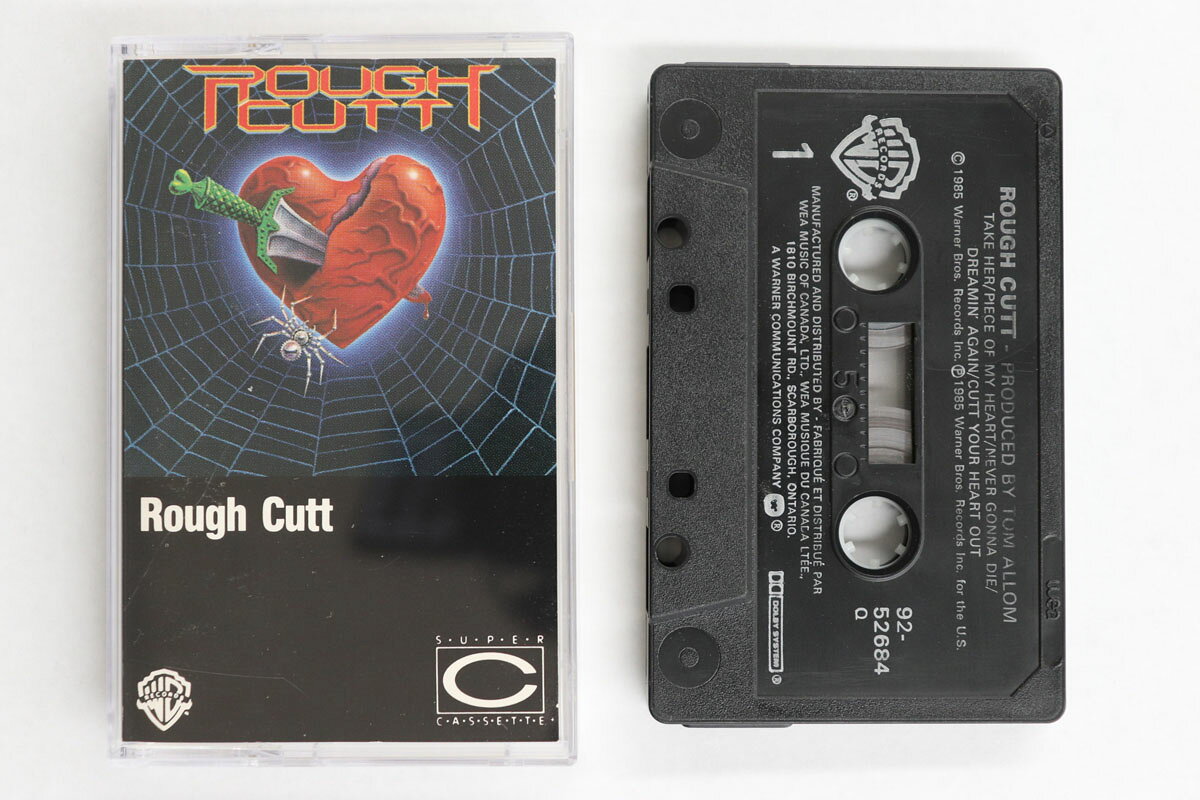 ・アーティスト Rough Cutt ・タイトル Rough Cutt ・レーベル・型番 WARNER BROS 9252684 ・フォーマット カセットテープ ・コンディション(盤) 良い (VG+) ・コンディション(ジャケット) 良い (VG+) ・コンディション(帯) オビなし ・特記事項 実際に発送される商品の画像です 【ご購入前に必ずご確認ください】 ・本店サイト(www.recordcity.jp)とは価格、送料が違います ・本店サイト、その他支店のオーダーとは同梱発送できません ・注文確定後に別の注文を頂いた場合、注文同士の同梱は致しかねます。 ・別倉庫から発送しているため、店頭受け渡しは対応しておりません ・一部商品は他の通販サイトでも販売しているため、ご注文のタイミングによっては商品のご用意ができない場合がございます。 ・土日祝日はお休みです 金曜・祝前日9時以降のご連絡またはご入金は、返答または発送が週明け・祝日明けに順次対応となります。 ・ご購入後のキャンセル不可 ご購入後のキャンセルはいかなる理由においてもお受けできません。ご了承の上、ご購入くださいませ。 ・日本郵便(ゆうパック/ゆうメール)によるお届けになります。 ・中古品であることをご理解ください 当ストアでは中古商品を主に販売しております。中古品であることをご理解の上ご購入ください。また、一部商品はRecordCityオンラインストアで試聴可能です。 ・返品について お客様のご都合による返品は一切承っておりません。 表記の内容と実際の商品に相違がある場合、また針飛び等で返品・返金をご希望される場合は、商品の到着後1週間以内にご連絡ください。商品の返送をこちらで確認後、キャンセル・返金を行います。 コンディションVG以下の商品は返品できません。プレイに影響のない表面のこすれ傷、プレス起因のノイズ盤は返品の対象外です。 【コンディション表記】 ・ほぼ新品(M-)(Like New) 完全な新品。未使用。当店ではほぼ使用しません ・非常に良い(EX)(Excellent) 中古盤として美品な状態。わずかな経年を感じるものの傷みを感じさせない、当店基準で最高の状態 ・良い(VG+)(Very Good Plus) 丁寧に扱われた中古品で、軽い使用感がみられる。 ・可(VG)(Acceptable) 使い込まれた中古品で、「良い」よりもさらに使用感がみられる。 ・悪い(VG-)(Bad) 状態が悪いアイテム。使用の保障はなく、再生不可、針飛び、目立つノイズがあるかもしれない。状態によるクレーム不可。返品不可。 ・非常に悪い(G)(Very Bad) 「悪い」よりさらに状態が悪いアイテム。使用の保障はなく、再生不可、針飛び、目立つノイズがあるかもしれない。状態によるクレーム不可。返品不可。 ・ジャンク(Fair)(Junk/Fair) 割れている、反っている、水ダメージがある、カビ、ジャケットが分離している、ひどい書き込み、ひどい擦れなど最低の状態。使用の保障はなく、再生不可、針飛び、目立つノイズがあるかもしれない。状態によるクレーム不可。返品不可。 ・ジャンク(Poor)(Junk/Poor) 割れている、反っている、水ダメージがある、カビ、ジャケットが分離している、ひどい書き込み、ひどい擦れなど最低の状態。使用の保障はなく、再生不可、針飛び、目立つノイズがあるかもしれない。状態によるクレーム不可。返品不可。