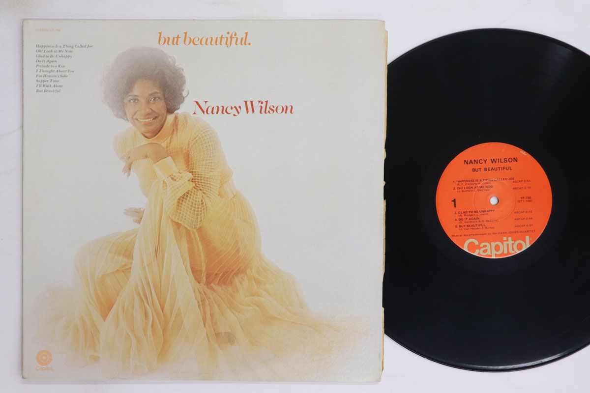 ・アーティスト Nancy Wilson ・タイトル But Beautiful ・レーベル・型番 CAPITOL ST798 ・フォーマット LPレコード ・コンディション(盤) 可 (VG) ・コンディション(ジャケット) 良い (VG+) ・コンディション(帯) オビなし ・特記事項 【盤曇り】 実際に発送される商品の画像です 【ご購入前に必ずご確認ください】 ・本店サイト(www.recordcity.jp)とは価格、送料が違います ・本店サイト、その他支店のオーダーとは同梱発送できません ・注文確定後に別の注文を頂いた場合、注文同士の同梱は致しかねます。 ・別倉庫から発送しているため、店頭受け渡しは対応しておりません ・一部商品は他の通販サイトでも販売しているため、ご注文のタイミングによっては商品のご用意ができない場合がございます。 ・土日祝日はお休みです 金曜・祝前日9時以降のご連絡またはご入金は、返答または発送が週明け・祝日明けに順次対応となります。 ・ご購入後のキャンセル不可 ご購入後のキャンセルはいかなる理由においてもお受けできません。ご了承の上、ご購入くださいませ。 ・日本郵便(ゆうパック/ゆうメール)によるお届けになります。 ・中古品であることをご理解ください 当ストアでは中古商品を主に販売しております。中古品であることをご理解の上ご購入ください。また、一部商品はRecordCityオンラインストアで試聴可能です。 ・返品について お客様のご都合による返品は一切承っておりません。 表記の内容と実際の商品に相違がある場合、また針飛び等で返品・返金をご希望される場合は、商品の到着後1週間以内にご連絡ください。商品の返送をこちらで確認後、キャンセル・返金を行います。 コンディションVG以下の商品は返品できません。プレイに影響のない表面のこすれ傷、プレス起因のノイズ盤は返品の対象外です。 【コンディション表記】 ・ほぼ新品(M-)(Like New) 完全な新品。未使用。当店ではほぼ使用しません ・非常に良い(EX)(Excellent) 中古盤として美品な状態。わずかな経年を感じるものの傷みを感じさせない、当店基準で最高の状態 ・良い(VG+)(Very Good Plus) 丁寧に扱われた中古品で、軽い使用感がみられる。 ・可(VG)(Acceptable) 使い込まれた中古品で、「良い」よりもさらに使用感がみられる。 ・悪い(VG-)(Bad) 状態が悪いアイテム。使用の保障はなく、再生不可、針飛び、目立つノイズがあるかもしれない。状態によるクレーム不可。返品不可。 ・非常に悪い(G)(Very Bad) 「悪い」よりさらに状態が悪いアイテム。使用の保障はなく、再生不可、針飛び、目立つノイズがあるかもしれない。状態によるクレーム不可。返品不可。 ・ジャンク(Fair)(Junk/Fair) 割れている、反っている、水ダメージがある、カビ、ジャケットが分離している、ひどい書き込み、ひどい擦れなど最低の状態。使用の保障はなく、再生不可、針飛び、目立つノイズがあるかもしれない。状態によるクレーム不可。返品不可。 ・ジャンク(Poor)(Junk/Poor) 割れている、反っている、水ダメージがある、カビ、ジャケットが分離している、ひどい書き込み、ひどい擦れなど最低の状態。使用の保障はなく、再生不可、針飛び、目立つノイズがあるかもしれない。状態によるクレーム不可。返品不可。