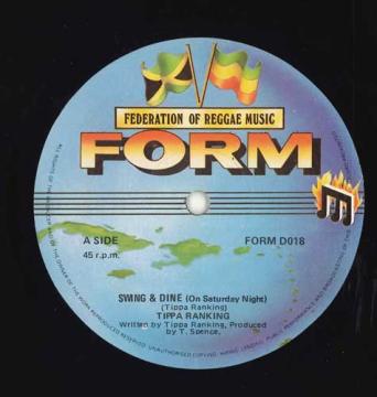 ・アーティスト Tippa Ranking ・タイトル Swing & Dine (On Saturday Night) ・レーベル・型番 FORM FORMD018 ・フォーマット 12インチレコード ・コンディション(盤) 良い (VG+) ・コンディション(ジャケット) ・コンディション(帯) オビなし ・特記事項 【VG+/SEW/marks/hairline/stain 】 サンプル画像です。実際の商品の画像ではありません 商品写真はバーコード/カタログ番号に対応したサンプル画像ですので、お送りする商品の画像ではありません。帯やライナーなどの付属品は、特記事項に記載されている場合のみ含まれます。プロモやカラーレコードなどの仕様についても、該当する場合のみ特記事項に記載しています。 【ご購入前に必ずご確認ください】 ・本店サイト(www.recordcity.jp)とは価格、送料が違います ・本店サイト、その他支店のオーダーとは同梱発送できません ・注文確定後に別の注文を頂いた場合、注文同士の同梱は致しかねます。 ・別倉庫から発送しているため、店頭受け渡しは対応しておりません ・一部商品は他の通販サイトでも販売しているため、ご注文のタイミングによっては商品のご用意ができない場合がございます。 ・土日祝日はお休みです 金曜・祝前日9時以降のご連絡またはご入金は、返答または発送が週明け・祝日明けに順次対応となります。 ・ご購入後のキャンセル不可 ご購入後のキャンセルはいかなる理由においてもお受けできません。ご了承の上、ご購入くださいませ。 ・日本郵便(ゆうパック/ゆうメール)によるお届けになります。 ・中古品であることをご理解ください 当ストアでは中古商品を主に販売しております。中古品であることをご理解の上ご購入ください。また、一部商品はRecordCityオンラインストアで試聴可能です。 ・返品について お客様のご都合による返品は一切承っておりません。 表記の内容と実際の商品に相違がある場合、また針飛び等で返品・返金をご希望される場合は、商品の到着後1週間以内にご連絡ください。商品の返送をこちらで確認後、キャンセル・返金を行います。 コンディションVG以下の商品は返品できません。プレイに影響のない表面のこすれ傷、プレス起因のノイズ盤は返品の対象外です。 【コンディション表記】 ・ほぼ新品(M-)(Like New) 完全な新品。未使用。当店ではほぼ使用しません ・非常に良い(EX)(Excellent) 中古盤として美品な状態。わずかな経年を感じるものの傷みを感じさせない、当店基準で最高の状態 ・良い(VG+)(Very Good Plus) 丁寧に扱われた中古品で、軽い使用感がみられる。 ・可(VG)(Acceptable) 使い込まれた中古品で、「良い」よりもさらに使用感がみられる。 ・悪い(VG-)(Bad) 状態が悪いアイテム。使用の保障はなく、再生不可、針飛び、目立つノイズがあるかもしれない。状態によるクレーム不可。返品不可。 ・非常に悪い(G)(Very Bad) 「悪い」よりさらに状態が悪いアイテム。使用の保障はなく、再生不可、針飛び、目立つノイズがあるかもしれない。状態によるクレーム不可。返品不可。 ・ジャンク(Fair)(Junk/Fair) 割れている、反っている、水ダメージがある、カビ、ジャケットが分離している、ひどい書き込み、ひどい擦れなど最低の状態。使用の保障はなく、再生不可、針飛び、目立つノイズがあるかもしれない。状態によるクレーム不可。返品不可。 ・ジャンク(Poor)(Junk/Poor) 割れている、反っている、水ダメージがある、カビ、ジャケットが分離している、ひどい書き込み、ひどい擦れなど最低の状態。使用の保障はなく、再生不可、針飛び、目立つノイズがあるかもしれない。状態によるクレーム不可。返品不可。