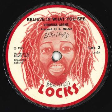 ・アーティスト Veronica Adams / Mighty Cloud Band ・タイトル Believe In What You See / Wiseman Dub ・レーベル・型番 Locks LOX3 ・フォーマット 7インチレコード ・コンディション(盤) 可 (VG) ・コンディション(ジャケット) ・コンディション(帯) オビなし ・特記事項 【VG+/WOL/stain/edge damage エッジにダメージがありますが、プレイには影響しません。】 サンプル画像です。実際の商品の画像ではありません 商品写真はバーコード/カタログ番号に対応したサンプル画像ですので、お送りする商品の画像ではありません。帯やライナーなどの付属品は、特記事項に記載されている場合のみ含まれます。プロモやカラーレコードなどの仕様についても、該当する場合のみ特記事項に記載しています。 【ご購入前に必ずご確認ください】 ・本店サイト(www.recordcity.jp)とは価格、送料が違います ・本店サイト、その他支店のオーダーとは同梱発送できません ・注文確定後に別の注文を頂いた場合、注文同士の同梱は致しかねます。 ・別倉庫から発送しているため、店頭受け渡しは対応しておりません ・一部商品は他の通販サイトでも販売しているため、ご注文のタイミングによっては商品のご用意ができない場合がございます。 ・土日祝日はお休みです 金曜・祝前日9時以降のご連絡またはご入金は、返答または発送が週明け・祝日明けに順次対応となります。 ・ご購入後のキャンセル不可 ご購入後のキャンセルはいかなる理由においてもお受けできません。ご了承の上、ご購入くださいませ。 ・日本郵便(ゆうパック/ゆうメール)によるお届けになります。 ・中古品であることをご理解ください 当ストアでは中古商品を主に販売しております。中古品であることをご理解の上ご購入ください。また、一部商品はRecordCityオンラインストアで試聴可能です。 ・返品について お客様のご都合による返品は一切承っておりません。 表記の内容と実際の商品に相違がある場合、また針飛び等で返品・返金をご希望される場合は、商品の到着後1週間以内にご連絡ください。商品の返送をこちらで確認後、キャンセル・返金を行います。 コンディションVG以下の商品は返品できません。プレイに影響のない表面のこすれ傷、プレス起因のノイズ盤は返品の対象外です。 【コンディション表記】 ・ほぼ新品(M-)(Like New) 完全な新品。未使用。当店ではほぼ使用しません ・非常に良い(EX)(Excellent) 中古盤として美品な状態。わずかな経年を感じるものの傷みを感じさせない、当店基準で最高の状態 ・良い(VG+)(Very Good Plus) 丁寧に扱われた中古品で、軽い使用感がみられる。 ・可(VG)(Acceptable) 使い込まれた中古品で、「良い」よりもさらに使用感がみられる。 ・悪い(VG-)(Bad) 状態が悪いアイテム。使用の保障はなく、再生不可、針飛び、目立つノイズがあるかもしれない。状態によるクレーム不可。返品不可。 ・非常に悪い(G)(Very Bad) 「悪い」よりさらに状態が悪いアイテム。使用の保障はなく、再生不可、針飛び、目立つノイズがあるかもしれない。状態によるクレーム不可。返品不可。 ・ジャンク(Fair)(Junk/Fair) 割れている、反っている、水ダメージがある、カビ、ジャケットが分離している、ひどい書き込み、ひどい擦れなど最低の状態。使用の保障はなく、再生不可、針飛び、目立つノイズがあるかもしれない。状態によるクレーム不可。返品不可。 ・ジャンク(Poor)(Junk/Poor) 割れている、反っている、水ダメージがある、カビ、ジャケットが分離している、ひどい書き込み、ひどい擦れなど最低の状態。使用の保障はなく、再生不可、針飛び、目立つノイズがあるかもしれない。状態によるクレーム不可。返品不可。