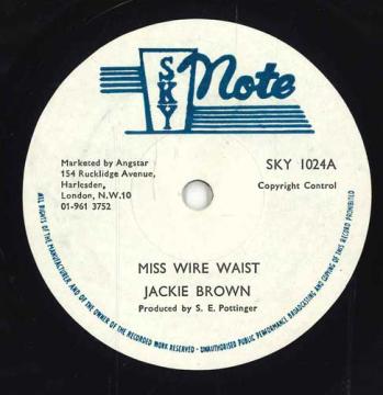 ・アーティスト Jackie Brown ・タイトル Miss Wire Waist ・レーベル・型番 Sky Note SKY1024 ・フォーマット 7インチレコード ・コンディション(盤) 良い (VG+) ・コンディション(ジャケット) ・コンディション(帯) オビなし ・特記事項 【EX/EW/hairline 】 サンプル画像です。実際の商品の画像ではありません 商品写真はバーコード/カタログ番号に対応したサンプル画像ですので、お送りする商品の画像ではありません。帯やライナーなどの付属品は、特記事項に記載されている場合のみ含まれます。プロモやカラーレコードなどの仕様についても、該当する場合のみ特記事項に記載しています。 【ご購入前に必ずご確認ください】 ・本店サイト(www.recordcity.jp)とは価格、送料が違います ・本店サイト、その他支店のオーダーとは同梱発送できません ・注文確定後に別の注文を頂いた場合、注文同士の同梱は致しかねます。 ・別倉庫から発送しているため、店頭受け渡しは対応しておりません ・一部商品は他の通販サイトでも販売しているため、ご注文のタイミングによっては商品のご用意ができない場合がございます。 ・土日祝日はお休みです 金曜・祝前日9時以降のご連絡またはご入金は、返答または発送が週明け・祝日明けに順次対応となります。 ・ご購入後のキャンセル不可 ご購入後のキャンセルはいかなる理由においてもお受けできません。ご了承の上、ご購入くださいませ。 ・日本郵便(ゆうパック/ゆうメール)によるお届けになります。 ・中古品であることをご理解ください 当ストアでは中古商品を主に販売しております。中古品であることをご理解の上ご購入ください。また、一部商品はRecordCityオンラインストアで試聴可能です。 ・返品について お客様のご都合による返品は一切承っておりません。 表記の内容と実際の商品に相違がある場合、また針飛び等で返品・返金をご希望される場合は、商品の到着後1週間以内にご連絡ください。商品の返送をこちらで確認後、キャンセル・返金を行います。 コンディションVG以下の商品は返品できません。プレイに影響のない表面のこすれ傷、プレス起因のノイズ盤は返品の対象外です。 【コンディション表記】 ・ほぼ新品(M-)(Like New) 完全な新品。未使用。当店ではほぼ使用しません ・非常に良い(EX)(Excellent) 中古盤として美品な状態。わずかな経年を感じるものの傷みを感じさせない、当店基準で最高の状態 ・良い(VG+)(Very Good Plus) 丁寧に扱われた中古品で、軽い使用感がみられる。 ・可(VG)(Acceptable) 使い込まれた中古品で、「良い」よりもさらに使用感がみられる。 ・悪い(VG-)(Bad) 状態が悪いアイテム。使用の保障はなく、再生不可、針飛び、目立つノイズがあるかもしれない。状態によるクレーム不可。返品不可。 ・非常に悪い(G)(Very Bad) 「悪い」よりさらに状態が悪いアイテム。使用の保障はなく、再生不可、針飛び、目立つノイズがあるかもしれない。状態によるクレーム不可。返品不可。 ・ジャンク(Fair)(Junk/Fair) 割れている、反っている、水ダメージがある、カビ、ジャケットが分離している、ひどい書き込み、ひどい擦れなど最低の状態。使用の保障はなく、再生不可、針飛び、目立つノイズがあるかもしれない。状態によるクレーム不可。返品不可。 ・ジャンク(Poor)(Junk/Poor) 割れている、反っている、水ダメージがある、カビ、ジャケットが分離している、ひどい書き込み、ひどい擦れなど最低の状態。使用の保障はなく、再生不可、針飛び、目立つノイズがあるかもしれない。状態によるクレーム不可。返品不可。