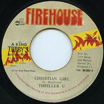 ・アーティスト Thriller U ・タイトル Christian Girl ・レーベル Firehouse NONE ・フォーマット 7インチレコード ・コンディション(盤) 良い (VG+) ・コンディション(ジャケット) ・コンディション(帯) オビなし ・特記事項 【EX-/SEW/WOL/SOL/stain 】 サンプル画像です。実際の商品の画像ではありません 商品写真はバーコード/カタログ番号に対応したサンプル画像ですので、お送りする商品の画像ではありません。帯やライナーなどの付属品は、特記事項に記載されている場合のみ含まれます。プロモやカラーレコードなどの仕様についても、該当する場合のみ特記事項に記載しています。 【ご購入前に必ずご確認ください】 ・本店サイト(www.recordcity.jp)とは価格、送料が違います ・本店サイト、その他支店のオーダーとは同梱発送できません ・別倉庫から発送しているため、店頭受け渡しは対応しておりません ・一部商品は他の通販サイトでも販売しているため、ご注文のタイミングによっては商品のご用意ができない場合がございます。 ・土日祝日はお休みです 金曜・祝前日9時以降のご連絡またはご入金は、返答または発送が週明け・祝日明けに順次対応となります。 ・ご購入後のキャンセル不可 ご購入後のキャンセルはいかなる理由においてもお受けできません。ご了承の上、ご購入くださいませ。 ・日本郵便(ゆうパック/ゆうメール)によるお届けになります。 ・中古品であることをご理解ください 当ストアではお客様よりお譲りいただいた中古商品を主に販売しております。中古品であることをご理解の上ご購入ください。また、一部商品はRecordCityオンラインストアで試聴可能です。 ・返品について お客様のご都合による返品は一切承っておりません。 表記の内容と実際の商品に相違がある場合、また針飛び等で返品・返金をご希望される場合は、商品の到着後1週間以内にご連絡ください。商品の返送をこちらで確認後、キャンセル・返金を行います。 コンディションVG以下の商品は返品できません。プレイに影響のない表面のこすれ傷、プレス起因のノイズ盤は返品の対象外です。 【コンディション表記】 ・ほぼ新品(M-)(Like New) 完全な新品。未使用。当店ではほぼ使用しません ・非常に良い(EX)(Excellent) 中古盤として美品な状態。わずかな経年を感じるものの傷みを感じさせない、当店基準で最高の状態 ・良い(VG+)(Very Good Plus) 丁寧に扱われた中古品で、軽い使用感がみられる。 ・可(VG)(Acceptable) 使い込まれた中古品で、「良い」よりもさらに使用感がみられる。 ・悪い(VG-)(Bad) 状態が悪いアイテム。使用の保障はなく、再生不可、針飛び、目立つノイズがあるかもしれない。状態によるクレーム不可。返品不可。 ・非常に悪い(G)(Very Bad) 「悪い」よりさらに状態が悪いアイテム。使用の保障はなく、再生不可、針飛び、目立つノイズがあるかもしれない。状態によるクレーム不可。返品不可。 ・ジャンク(Fair)(Junk/Fair) 割れている、反っている、水ダメージがある、カビ、ジャケットが分離している、ひどい書き込み、ひどい擦れなど最低の状態。使用の保障はなく、再生不可、針飛び、目立つノイズがあるかもしれない。状態によるクレーム不可。返品不可。 ・ジャンク(Poor)(Junk/Poor) 割れている、反っている、水ダメージがある、カビ、ジャケットが分離している、ひどい書き込み、ひどい擦れなど最低の状態。使用の保障はなく、再生不可、針飛び、目立つノイズがあるかもしれない。状態によるクレーム不可。返品不可。