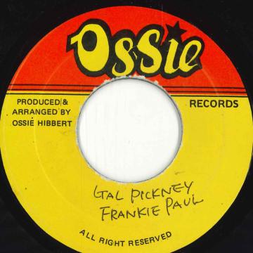 ・アーティスト Frankie Paul ・タイトル Gal Pickney ・レーベル・型番 Ossie Records none ・フォーマット 7インチレコード ・コンディション(盤) 良い (VG+) ・コンディション(ジャケット) ・コンディション(帯) オビなし ・特記事項 【EX/WOL/no credit 】 サンプル画像です。実際の商品の画像ではありません 商品写真はバーコード/カタログ番号に対応したサンプル画像ですので、お送りする商品の画像ではありません。帯やライナーなどの付属品は、特記事項に記載されている場合のみ含まれます。プロモやカラーレコードなどの仕様についても、該当する場合のみ特記事項に記載しています。 【ご購入前に必ずご確認ください】 ・本店サイト(www.recordcity.jp)とは価格、送料が違います ・本店サイト、その他支店のオーダーとは同梱発送できません ・注文確定後に別の注文を頂いた場合、注文同士の同梱は致しかねます。 ・別倉庫から発送しているため、店頭受け渡しは対応しておりません ・一部商品は他の通販サイトでも販売しているため、ご注文のタイミングによっては商品のご用意ができない場合がございます。 ・土日祝日はお休みです 金曜・祝前日9時以降のご連絡またはご入金は、返答または発送が週明け・祝日明けに順次対応となります。 ・ご購入後のキャンセル不可 ご購入後のキャンセルはいかなる理由においてもお受けできません。ご了承の上、ご購入くださいませ。 ・日本郵便(ゆうパック/ゆうメール)によるお届けになります。 ・中古品であることをご理解ください 当ストアでは中古商品を主に販売しております。中古品であることをご理解の上ご購入ください。また、一部商品はRecordCityオンラインストアで試聴可能です。 ・返品について お客様のご都合による返品は一切承っておりません。 表記の内容と実際の商品に相違がある場合、また針飛び等で返品・返金をご希望される場合は、商品の到着後1週間以内にご連絡ください。商品の返送をこちらで確認後、キャンセル・返金を行います。 コンディションVG以下の商品は返品できません。プレイに影響のない表面のこすれ傷、プレス起因のノイズ盤は返品の対象外です。 【コンディション表記】 ・ほぼ新品(M-)(Like New) 完全な新品。未使用。当店ではほぼ使用しません ・非常に良い(EX)(Excellent) 中古盤として美品な状態。わずかな経年を感じるものの傷みを感じさせない、当店基準で最高の状態 ・良い(VG+)(Very Good Plus) 丁寧に扱われた中古品で、軽い使用感がみられる。 ・可(VG)(Acceptable) 使い込まれた中古品で、「良い」よりもさらに使用感がみられる。 ・悪い(VG-)(Bad) 状態が悪いアイテム。使用の保障はなく、再生不可、針飛び、目立つノイズがあるかもしれない。状態によるクレーム不可。返品不可。 ・非常に悪い(G)(Very Bad) 「悪い」よりさらに状態が悪いアイテム。使用の保障はなく、再生不可、針飛び、目立つノイズがあるかもしれない。状態によるクレーム不可。返品不可。 ・ジャンク(Fair)(Junk/Fair) 割れている、反っている、水ダメージがある、カビ、ジャケットが分離している、ひどい書き込み、ひどい擦れなど最低の状態。使用の保障はなく、再生不可、針飛び、目立つノイズがあるかもしれない。状態によるクレーム不可。返品不可。 ・ジャンク(Poor)(Junk/Poor) 割れている、反っている、水ダメージがある、カビ、ジャケットが分離している、ひどい書き込み、ひどい擦れなど最低の状態。使用の保障はなく、再生不可、針飛び、目立つノイズがあるかもしれない。状態によるクレーム不可。返品不可。