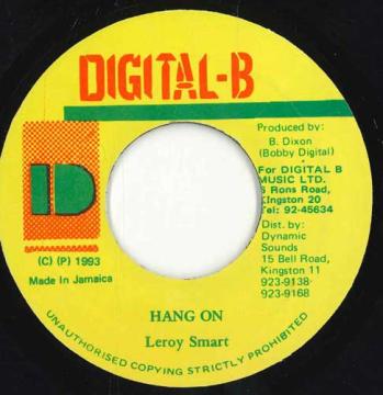 ・アーティスト Leroy Smart ・タイトル Hang On ・レーベル・型番 Digital-B NONE ・フォーマット 7インチレコード ・コンディション(盤) 良い (VG+) ・コンディション(ジャケット) ・コンディション(帯) オビなし ・特記事項 【EX/marks 】 サンプル画像です。実際の商品の画像ではありません 商品写真はバーコード/カタログ番号に対応したサンプル画像ですので、お送りする商品の画像ではありません。帯やライナーなどの付属品は、特記事項に記載されている場合のみ含まれます。プロモやカラーレコードなどの仕様についても、該当する場合のみ特記事項に記載しています。 【ご購入前に必ずご確認ください】 ・本店サイト(www.recordcity.jp)とは価格、送料が違います ・本店サイト、その他支店のオーダーとは同梱発送できません ・注文確定後に別の注文を頂いた場合、注文同士の同梱は致しかねます。 ・別倉庫から発送しているため、店頭受け渡しは対応しておりません ・一部商品は他の通販サイトでも販売しているため、ご注文のタイミングによっては商品のご用意ができない場合がございます。 ・土日祝日はお休みです 金曜・祝前日9時以降のご連絡またはご入金は、返答または発送が週明け・祝日明けに順次対応となります。 ・ご購入後のキャンセル不可 ご購入後のキャンセルはいかなる理由においてもお受けできません。ご了承の上、ご購入くださいませ。 ・日本郵便(ゆうパック/ゆうメール)によるお届けになります。 ・中古品であることをご理解ください 当ストアでは中古商品を主に販売しております。中古品であることをご理解の上ご購入ください。また、一部商品はRecordCityオンラインストアで試聴可能です。 ・返品について お客様のご都合による返品は一切承っておりません。 表記の内容と実際の商品に相違がある場合、また針飛び等で返品・返金をご希望される場合は、商品の到着後1週間以内にご連絡ください。商品の返送をこちらで確認後、キャンセル・返金を行います。 コンディションVG以下の商品は返品できません。プレイに影響のない表面のこすれ傷、プレス起因のノイズ盤は返品の対象外です。 【コンディション表記】 ・ほぼ新品(M-)(Like New) 完全な新品。未使用。当店ではほぼ使用しません ・非常に良い(EX)(Excellent) 中古盤として美品な状態。わずかな経年を感じるものの傷みを感じさせない、当店基準で最高の状態 ・良い(VG+)(Very Good Plus) 丁寧に扱われた中古品で、軽い使用感がみられる。 ・可(VG)(Acceptable) 使い込まれた中古品で、「良い」よりもさらに使用感がみられる。 ・悪い(VG-)(Bad) 状態が悪いアイテム。使用の保障はなく、再生不可、針飛び、目立つノイズがあるかもしれない。状態によるクレーム不可。返品不可。 ・非常に悪い(G)(Very Bad) 「悪い」よりさらに状態が悪いアイテム。使用の保障はなく、再生不可、針飛び、目立つノイズがあるかもしれない。状態によるクレーム不可。返品不可。 ・ジャンク(Fair)(Junk/Fair) 割れている、反っている、水ダメージがある、カビ、ジャケットが分離している、ひどい書き込み、ひどい擦れなど最低の状態。使用の保障はなく、再生不可、針飛び、目立つノイズがあるかもしれない。状態によるクレーム不可。返品不可。 ・ジャンク(Poor)(Junk/Poor) 割れている、反っている、水ダメージがある、カビ、ジャケットが分離している、ひどい書き込み、ひどい擦れなど最低の状態。使用の保障はなく、再生不可、針飛び、目立つノイズがあるかもしれない。状態によるクレーム不可。返品不可。