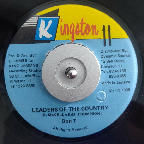 ・アーティスト Don T ・タイトル Leaders Of The Country ・レーベル kingston 11 NONE ・フォーマット 7インチレコード ・コンディション(盤) 非常に良い(EX) ・コンディション(ジャケット) ・コンディション(帯) オビなし ・特記事項 【EX/SEW/SLD/stain 】 サンプル画像です。実際の商品の画像ではありません 商品写真はバーコード/カタログ番号に対応したサンプル画像ですので、お送りする商品の画像ではありません。帯やライナーなどの付属品は、特記事項に記載されている場合のみ含まれます。プロモやカラーレコードなどの仕様についても、該当する場合のみ特記事項に記載しています。 【ご購入前に必ずご確認ください】 ・本店サイト(www.recordcity.jp)とは価格、送料が違います ・本店サイト、その他支店のオーダーとは同梱発送できません ・別倉庫から発送しているため、店頭受け渡しは対応しておりません ・一部商品は他の通販サイトでも販売しているため、ご注文のタイミングによっては商品のご用意ができない場合がございます。 ・土日祝日はお休みです 金曜・祝前日9時以降のご連絡またはご入金は、返答または発送が週明け・祝日明けに順次対応となります。 ・ご購入後のキャンセル不可 ご購入後のキャンセルはいかなる理由においてもお受けできません。ご了承の上、ご購入くださいませ。 ・日本郵便(ゆうパック/ゆうメール)によるお届けになります。 ・中古品であることをご理解ください 当ストアではお客様よりお譲りいただいた中古商品を主に販売しております。中古品であることをご理解の上ご購入ください。また、一部商品はRecordCityオンラインストアで試聴可能です。 ・返品について お客様のご都合による返品は一切承っておりません。 表記の内容と実際の商品に相違がある場合、また針飛び等で返品・返金をご希望される場合は、商品の到着後1週間以内にご連絡ください。商品の返送をこちらで確認後、キャンセル・返金を行います。 コンディションVG以下の商品は返品できません。プレイに影響のない表面のこすれ傷、プレス起因のノイズ盤は返品の対象外です。 【コンディション表記】 ・ほぼ新品(M-)(Like New) 完全な新品。未使用。当店ではほぼ使用しません ・非常に良い(EX)(Excellent) 中古盤として美品な状態。わずかな経年を感じるものの傷みを感じさせない、当店基準で最高の状態 ・良い(VG+)(Very Good Plus) 丁寧に扱われた中古品で、軽い使用感がみられる。 ・可(VG)(Acceptable) 使い込まれた中古品で、「良い」よりもさらに使用感がみられる。 ・悪い(VG-)(Bad) 状態が悪いアイテム。使用の保障はなく、再生不可、針飛び、目立つノイズがあるかもしれない。状態によるクレーム不可。返品不可。 ・非常に悪い(G)(Very Bad) 「悪い」よりさらに状態が悪いアイテム。使用の保障はなく、再生不可、針飛び、目立つノイズがあるかもしれない。状態によるクレーム不可。返品不可。 ・ジャンク(Fair)(Junk/Fair) 割れている、反っている、水ダメージがある、カビ、ジャケットが分離している、ひどい書き込み、ひどい擦れなど最低の状態。使用の保障はなく、再生不可、針飛び、目立つノイズがあるかもしれない。状態によるクレーム不可。返品不可。 ・ジャンク(Poor)(Junk/Poor) 割れている、反っている、水ダメージがある、カビ、ジャケットが分離している、ひどい書き込み、ひどい擦れなど最低の状態。使用の保障はなく、再生不可、針飛び、目立つノイズがあるかもしれない。状態によるクレーム不可。返品不可。
