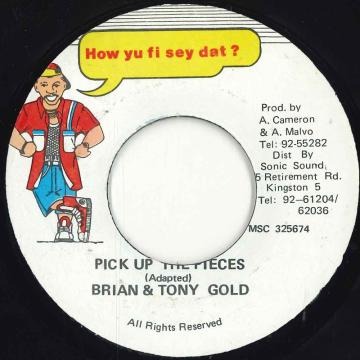 ・アーティスト Brian & Tony Gold ・タイトル Pick Up The Pieces ・レーベル How Yu Fi Sey Dat ? MSC325674 ・フォーマット 7インチレコード ・コンディション(盤) 非常に良い(EX) ・コンディション(ジャケット) ・コンディション(帯) オビなし ・特記事項 【EX/SEW/LOC/stain 】 サンプル画像です。実際の商品の画像ではありません 商品写真はバーコード/カタログ番号に対応したサンプル画像ですので、お送りする商品の画像ではありません。帯やライナーなどの付属品は、特記事項に記載されている場合のみ含まれます。プロモやカラーレコードなどの仕様についても、該当する場合のみ特記事項に記載しています。 【ご購入前に必ずご確認ください】 ・本店サイト(www.recordcity.jp)とは価格、送料が違います ・本店サイト、その他支店のオーダーとは同梱発送できません ・別倉庫から発送しているため、店頭受け渡しは対応しておりません ・一部商品は他の通販サイトでも販売しているため、ご注文のタイミングによっては商品のご用意ができない場合がございます。 ・土日祝日はお休みです 金曜・祝前日9時以降のご連絡またはご入金は、返答または発送が週明け・祝日明けに順次対応となります。 ・ご購入後のキャンセル不可 ご購入後のキャンセルはいかなる理由においてもお受けできません。ご了承の上、ご購入くださいませ。 ・日本郵便(ゆうパック/ゆうメール)によるお届けになります。 ・中古品であることをご理解ください 当ストアではお客様よりお譲りいただいた中古商品を主に販売しております。中古品であることをご理解の上ご購入ください。また、一部商品はRecordCityオンラインストアで試聴可能です。 ・返品について お客様のご都合による返品は一切承っておりません。 表記の内容と実際の商品に相違がある場合、また針飛び等で返品・返金をご希望される場合は、商品の到着後1週間以内にご連絡ください。商品の返送をこちらで確認後、キャンセル・返金を行います。 コンディションVG以下の商品は返品できません。プレイに影響のない表面のこすれ傷、プレス起因のノイズ盤は返品の対象外です。 【コンディション表記】 ・ほぼ新品(M-)(Like New) 完全な新品。未使用。当店ではほぼ使用しません ・非常に良い(EX)(Excellent) 中古盤として美品な状態。わずかな経年を感じるものの傷みを感じさせない、当店基準で最高の状態 ・良い(VG+)(Very Good Plus) 丁寧に扱われた中古品で、軽い使用感がみられる。 ・可(VG)(Acceptable) 使い込まれた中古品で、「良い」よりもさらに使用感がみられる。 ・悪い(VG-)(Bad) 状態が悪いアイテム。使用の保障はなく、再生不可、針飛び、目立つノイズがあるかもしれない。状態によるクレーム不可。返品不可。 ・非常に悪い(G)(Very Bad) 「悪い」よりさらに状態が悪いアイテム。使用の保障はなく、再生不可、針飛び、目立つノイズがあるかもしれない。状態によるクレーム不可。返品不可。 ・ジャンク(Fair)(Junk/Fair) 割れている、反っている、水ダメージがある、カビ、ジャケットが分離している、ひどい書き込み、ひどい擦れなど最低の状態。使用の保障はなく、再生不可、針飛び、目立つノイズがあるかもしれない。状態によるクレーム不可。返品不可。 ・ジャンク(Poor)(Junk/Poor) 割れている、反っている、水ダメージがある、カビ、ジャケットが分離している、ひどい書き込み、ひどい擦れなど最低の状態。使用の保障はなく、再生不可、針飛び、目立つノイズがあるかもしれない。状態によるクレーム不可。返品不可。