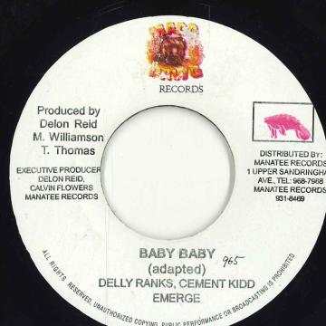 ・アーティスト Delly Ranks / Cement Kidd / Emerge ・タイトル Baby Baby ・レーベル・型番 Madd Dawg Records NONE ・フォーマット 7インチレコード ・コンディション(盤) 良い (VG+) ・コンディション(ジャケット) ・コンディション(帯) オビなし ・特記事項 【EX-/SWOL B:stain 】 サンプル画像です。実際の商品の画像ではありません 商品写真はバーコード/カタログ番号に対応したサンプル画像ですので、お送りする商品の画像ではありません。帯やライナーなどの付属品は、特記事項に記載されている場合のみ含まれます。プロモやカラーレコードなどの仕様についても、該当する場合のみ特記事項に記載しています。 【ご購入前に必ずご確認ください】 ・本店サイト(www.recordcity.jp)とは価格、送料が違います ・本店サイト、その他支店のオーダーとは同梱発送できません ・注文確定後に別の注文を頂いた場合、注文同士の同梱は致しかねます。 ・別倉庫から発送しているため、店頭受け渡しは対応しておりません ・一部商品は他の通販サイトでも販売しているため、ご注文のタイミングによっては商品のご用意ができない場合がございます。 ・土日祝日はお休みです 金曜・祝前日9時以降のご連絡またはご入金は、返答または発送が週明け・祝日明けに順次対応となります。 ・ご購入後のキャンセル不可 ご購入後のキャンセルはいかなる理由においてもお受けできません。ご了承の上、ご購入くださいませ。 ・日本郵便(ゆうパック/ゆうメール)によるお届けになります。 ・中古品であることをご理解ください 当ストアでは中古商品を主に販売しております。中古品であることをご理解の上ご購入ください。また、一部商品はRecordCityオンラインストアで試聴可能です。 ・返品について お客様のご都合による返品は一切承っておりません。 表記の内容と実際の商品に相違がある場合、また針飛び等で返品・返金をご希望される場合は、商品の到着後1週間以内にご連絡ください。商品の返送をこちらで確認後、キャンセル・返金を行います。 コンディションVG以下の商品は返品できません。プレイに影響のない表面のこすれ傷、プレス起因のノイズ盤は返品の対象外です。 【コンディション表記】 ・ほぼ新品(M-)(Like New) 完全な新品。未使用。当店ではほぼ使用しません ・非常に良い(EX)(Excellent) 中古盤として美品な状態。わずかな経年を感じるものの傷みを感じさせない、当店基準で最高の状態 ・良い(VG+)(Very Good Plus) 丁寧に扱われた中古品で、軽い使用感がみられる。 ・可(VG)(Acceptable) 使い込まれた中古品で、「良い」よりもさらに使用感がみられる。 ・悪い(VG-)(Bad) 状態が悪いアイテム。使用の保障はなく、再生不可、針飛び、目立つノイズがあるかもしれない。状態によるクレーム不可。返品不可。 ・非常に悪い(G)(Very Bad) 「悪い」よりさらに状態が悪いアイテム。使用の保障はなく、再生不可、針飛び、目立つノイズがあるかもしれない。状態によるクレーム不可。返品不可。 ・ジャンク(Fair)(Junk/Fair) 割れている、反っている、水ダメージがある、カビ、ジャケットが分離している、ひどい書き込み、ひどい擦れなど最低の状態。使用の保障はなく、再生不可、針飛び、目立つノイズがあるかもしれない。状態によるクレーム不可。返品不可。 ・ジャンク(Poor)(Junk/Poor) 割れている、反っている、水ダメージがある、カビ、ジャケットが分離している、ひどい書き込み、ひどい擦れなど最低の状態。使用の保障はなく、再生不可、針飛び、目立つノイズがあるかもしれない。状態によるクレーム不可。返品不可。
