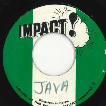 ・アーティスト Augustus Pablo ・タイトル Java ・レーベル・型番 Impact! none ・フォーマット 7インチレコード ・コンディション(盤) 良い (VG+) ・コンディション(ジャケット) ・コンディション(帯) オビなし ・特記事項 【EX/WOL/SEW/no credit 】 サンプル画像です。実際の商品の画像ではありません 商品写真はバーコード/カタログ番号に対応したサンプル画像ですので、お送りする商品の画像ではありません。帯やライナーなどの付属品は、特記事項に記載されている場合のみ含まれます。プロモやカラーレコードなどの仕様についても、該当する場合のみ特記事項に記載しています。 【ご購入前に必ずご確認ください】 ・本店サイト(www.recordcity.jp)とは価格、送料が違います ・本店サイト、その他支店のオーダーとは同梱発送できません ・注文確定後に別の注文を頂いた場合、注文同士の同梱は致しかねます。 ・別倉庫から発送しているため、店頭受け渡しは対応しておりません ・一部商品は他の通販サイトでも販売しているため、ご注文のタイミングによっては商品のご用意ができない場合がございます。 ・土日祝日はお休みです 金曜・祝前日9時以降のご連絡またはご入金は、返答または発送が週明け・祝日明けに順次対応となります。 ・ご購入後のキャンセル不可 ご購入後のキャンセルはいかなる理由においてもお受けできません。ご了承の上、ご購入くださいませ。 ・日本郵便(ゆうパック/ゆうメール)によるお届けになります。 ・中古品であることをご理解ください 当ストアでは中古商品を主に販売しております。中古品であることをご理解の上ご購入ください。また、一部商品はRecordCityオンラインストアで試聴可能です。 ・返品について お客様のご都合による返品は一切承っておりません。 表記の内容と実際の商品に相違がある場合、また針飛び等で返品・返金をご希望される場合は、商品の到着後1週間以内にご連絡ください。商品の返送をこちらで確認後、キャンセル・返金を行います。 コンディションVG以下の商品は返品できません。プレイに影響のない表面のこすれ傷、プレス起因のノイズ盤は返品の対象外です。 【コンディション表記】 ・ほぼ新品(M-)(Like New) 完全な新品。未使用。当店ではほぼ使用しません ・非常に良い(EX)(Excellent) 中古盤として美品な状態。わずかな経年を感じるものの傷みを感じさせない、当店基準で最高の状態 ・良い(VG+)(Very Good Plus) 丁寧に扱われた中古品で、軽い使用感がみられる。 ・可(VG)(Acceptable) 使い込まれた中古品で、「良い」よりもさらに使用感がみられる。 ・悪い(VG-)(Bad) 状態が悪いアイテム。使用の保障はなく、再生不可、針飛び、目立つノイズがあるかもしれない。状態によるクレーム不可。返品不可。 ・非常に悪い(G)(Very Bad) 「悪い」よりさらに状態が悪いアイテム。使用の保障はなく、再生不可、針飛び、目立つノイズがあるかもしれない。状態によるクレーム不可。返品不可。 ・ジャンク(Fair)(Junk/Fair) 割れている、反っている、水ダメージがある、カビ、ジャケットが分離している、ひどい書き込み、ひどい擦れなど最低の状態。使用の保障はなく、再生不可、針飛び、目立つノイズがあるかもしれない。状態によるクレーム不可。返品不可。 ・ジャンク(Poor)(Junk/Poor) 割れている、反っている、水ダメージがある、カビ、ジャケットが分離している、ひどい書き込み、ひどい擦れなど最低の状態。使用の保障はなく、再生不可、針飛び、目立つノイズがあるかもしれない。状態によるクレーム不可。返品不可。