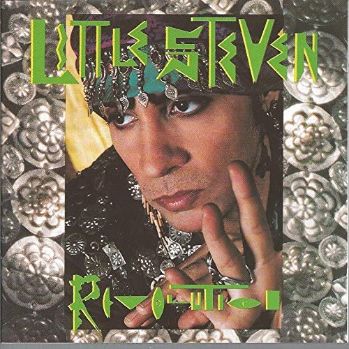 ・アーティスト Little Steven ・タイトル Revolution ・レーベル・型番 RCA PD83431 ・フォーマット CD ・コンディション(盤) 良い (VG+) ・コンディション(ジャケット) ・コンディション(帯) オビなし ・特記事項 サンプル画像です。実際の商品の画像ではありません 商品写真はバーコード/カタログ番号に対応したサンプル画像ですので、お送りする商品の画像ではありません。帯やライナーなどの付属品は、特記事項に記載されている場合のみ含まれます。プロモやカラーレコードなどの仕様についても、該当する場合のみ特記事項に記載しています。 【ご購入前に必ずご確認ください】 ・本店サイト(www.recordcity.jp)とは価格、送料が違います ・本店サイト、その他支店のオーダーとは同梱発送できません ・注文確定後に別の注文を頂いた場合、注文同士の同梱は致しかねます。 ・別倉庫から発送しているため、店頭受け渡しは対応しておりません ・一部商品は他の通販サイトでも販売しているため、ご注文のタイミングによっては商品のご用意ができない場合がございます。 ・土日祝日はお休みです 金曜・祝前日9時以降のご連絡またはご入金は、返答または発送が週明け・祝日明けに順次対応となります。 ・ご購入後のキャンセル不可 ご購入後のキャンセルはいかなる理由においてもお受けできません。ご了承の上、ご購入くださいませ。 ・日本郵便(ゆうパック/ゆうメール)によるお届けになります。 ・中古品であることをご理解ください 当ストアでは中古商品を主に販売しております。中古品であることをご理解の上ご購入ください。また、一部商品はRecordCityオンラインストアで試聴可能です。 ・返品について お客様のご都合による返品は一切承っておりません。 表記の内容と実際の商品に相違がある場合、また針飛び等で返品・返金をご希望される場合は、商品の到着後1週間以内にご連絡ください。商品の返送をこちらで確認後、キャンセル・返金を行います。 コンディションVG以下の商品は返品できません。プレイに影響のない表面のこすれ傷、プレス起因のノイズ盤は返品の対象外です。 【コンディション表記】 ・ほぼ新品(M-)(Like New) 完全な新品。未使用。当店ではほぼ使用しません ・非常に良い(EX)(Excellent) 中古盤として美品な状態。わずかな経年を感じるものの傷みを感じさせない、当店基準で最高の状態 ・良い(VG+)(Very Good Plus) 丁寧に扱われた中古品で、軽い使用感がみられる。 ・可(VG)(Acceptable) 使い込まれた中古品で、「良い」よりもさらに使用感がみられる。 ・悪い(VG-)(Bad) 状態が悪いアイテム。使用の保障はなく、再生不可、針飛び、目立つノイズがあるかもしれない。状態によるクレーム不可。返品不可。 ・非常に悪い(G)(Very Bad) 「悪い」よりさらに状態が悪いアイテム。使用の保障はなく、再生不可、針飛び、目立つノイズがあるかもしれない。状態によるクレーム不可。返品不可。 ・ジャンク(Fair)(Junk/Fair) 割れている、反っている、水ダメージがある、カビ、ジャケットが分離している、ひどい書き込み、ひどい擦れなど最低の状態。使用の保障はなく、再生不可、針飛び、目立つノイズがあるかもしれない。状態によるクレーム不可。返品不可。 ・ジャンク(Poor)(Junk/Poor) 割れている、反っている、水ダメージがある、カビ、ジャケットが分離している、ひどい書き込み、ひどい擦れなど最低の状態。使用の保障はなく、再生不可、針飛び、目立つノイズがあるかもしれない。状態によるクレーム不可。返品不可。