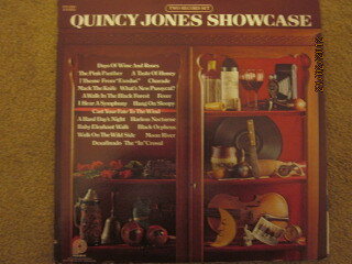 ・アーティスト Quincy Jones ・タイトル Quincy Jones Showcase ・レーベル・型番 PICKWICK PTP2091 ・フォーマット LPレコード ・コンディション(盤) 良い (VG+) ・コンディション(ジャケット) 可 (VG) ・コンディション(帯) オビなし ・特記事項 【シュリンク残し】【カバー抜け】 サンプル画像です。実際の商品の画像ではありません 商品写真はバーコード/カタログ番号に対応したサンプル画像ですので、お送りする商品の画像ではありません。帯やライナーなどの付属品は、特記事項に記載されている場合のみ含まれます。プロモやカラーレコードなどの仕様についても、該当する場合のみ特記事項に記載しています。 【ご購入前に必ずご確認ください】 ・本店サイト(www.recordcity.jp)とは価格、送料が違います ・本店サイト、その他支店のオーダーとは同梱発送できません ・注文確定後に別の注文を頂いた場合、注文同士の同梱は致しかねます。 ・別倉庫から発送しているため、店頭受け渡しは対応しておりません ・一部商品は他の通販サイトでも販売しているため、ご注文のタイミングによっては商品のご用意ができない場合がございます。 ・土日祝日はお休みです 金曜・祝前日9時以降のご連絡またはご入金は、返答または発送が週明け・祝日明けに順次対応となります。 ・ご購入後のキャンセル不可 ご購入後のキャンセルはいかなる理由においてもお受けできません。ご了承の上、ご購入くださいませ。 ・日本郵便(ゆうパック/ゆうメール)によるお届けになります。 ・中古品であることをご理解ください 当ストアでは中古商品を主に販売しております。中古品であることをご理解の上ご購入ください。また、一部商品はRecordCityオンラインストアで試聴可能です。 ・返品について お客様のご都合による返品は一切承っておりません。 表記の内容と実際の商品に相違がある場合、また針飛び等で返品・返金をご希望される場合は、商品の到着後1週間以内にご連絡ください。商品の返送をこちらで確認後、キャンセル・返金を行います。 コンディションVG以下の商品は返品できません。プレイに影響のない表面のこすれ傷、プレス起因のノイズ盤は返品の対象外です。 【コンディション表記】 ・ほぼ新品(M-)(Like New) 完全な新品。未使用。当店ではほぼ使用しません ・非常に良い(EX)(Excellent) 中古盤として美品な状態。わずかな経年を感じるものの傷みを感じさせない、当店基準で最高の状態 ・良い(VG+)(Very Good Plus) 丁寧に扱われた中古品で、軽い使用感がみられる。 ・可(VG)(Acceptable) 使い込まれた中古品で、「良い」よりもさらに使用感がみられる。 ・悪い(VG-)(Bad) 状態が悪いアイテム。使用の保障はなく、再生不可、針飛び、目立つノイズがあるかもしれない。状態によるクレーム不可。返品不可。 ・非常に悪い(G)(Very Bad) 「悪い」よりさらに状態が悪いアイテム。使用の保障はなく、再生不可、針飛び、目立つノイズがあるかもしれない。状態によるクレーム不可。返品不可。 ・ジャンク(Fair)(Junk/Fair) 割れている、反っている、水ダメージがある、カビ、ジャケットが分離している、ひどい書き込み、ひどい擦れなど最低の状態。使用の保障はなく、再生不可、針飛び、目立つノイズがあるかもしれない。状態によるクレーム不可。返品不可。 ・ジャンク(Poor)(Junk/Poor) 割れている、反っている、水ダメージがある、カビ、ジャケットが分離している、ひどい書き込み、ひどい擦れなど最低の状態。使用の保障はなく、再生不可、針飛び、目立つノイズがあるかもしれない。状態によるクレーム不可。返品不可。