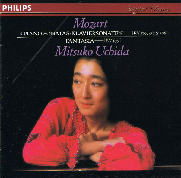 ・アーティスト Wolfgang Amadeus Mozart; Mitsuko Uchida ・タイトル Piano Sonatas K. 279, 457, 576 ・レーベル・型番 Philips 4126172 ・フォーマット CD ・コンディション(盤) 良い (VG+) ・コンディション(ジャケット) ・コンディション(帯) オビなし ・特記事項 【ケース擦れ】 サンプル画像です。実際の商品の画像ではありません 商品写真はバーコード/カタログ番号に対応したサンプル画像ですので、お送りする商品の画像ではありません。帯やライナーなどの付属品は、特記事項に記載されている場合のみ含まれます。プロモやカラーレコードなどの仕様についても、該当する場合のみ特記事項に記載しています。 【ご購入前に必ずご確認ください】 ・本店サイト(www.recordcity.jp)とは価格、送料が違います ・本店サイト、その他支店のオーダーとは同梱発送できません ・注文確定後に別の注文を頂いた場合、注文同士の同梱は致しかねます。 ・別倉庫から発送しているため、店頭受け渡しは対応しておりません ・一部商品は他の通販サイトでも販売しているため、ご注文のタイミングによっては商品のご用意ができない場合がございます。 ・土日祝日はお休みです 金曜・祝前日9時以降のご連絡またはご入金は、返答または発送が週明け・祝日明けに順次対応となります。 ・ご購入後のキャンセル不可 ご購入後のキャンセルはいかなる理由においてもお受けできません。ご了承の上、ご購入くださいませ。 ・日本郵便(ゆうパック/ゆうメール)によるお届けになります。 ・中古品であることをご理解ください 当ストアでは中古商品を主に販売しております。中古品であることをご理解の上ご購入ください。また、一部商品はRecordCityオンラインストアで試聴可能です。 ・返品について お客様のご都合による返品は一切承っておりません。 表記の内容と実際の商品に相違がある場合、また針飛び等で返品・返金をご希望される場合は、商品の到着後1週間以内にご連絡ください。商品の返送をこちらで確認後、キャンセル・返金を行います。 コンディションVG以下の商品は返品できません。プレイに影響のない表面のこすれ傷、プレス起因のノイズ盤は返品の対象外です。 【コンディション表記】 ・ほぼ新品(M-)(Like New) 完全な新品。未使用。当店ではほぼ使用しません ・非常に良い(EX)(Excellent) 中古盤として美品な状態。わずかな経年を感じるものの傷みを感じさせない、当店基準で最高の状態 ・良い(VG+)(Very Good Plus) 丁寧に扱われた中古品で、軽い使用感がみられる。 ・可(VG)(Acceptable) 使い込まれた中古品で、「良い」よりもさらに使用感がみられる。 ・悪い(VG-)(Bad) 状態が悪いアイテム。使用の保障はなく、再生不可、針飛び、目立つノイズがあるかもしれない。状態によるクレーム不可。返品不可。 ・非常に悪い(G)(Very Bad) 「悪い」よりさらに状態が悪いアイテム。使用の保障はなく、再生不可、針飛び、目立つノイズがあるかもしれない。状態によるクレーム不可。返品不可。 ・ジャンク(Fair)(Junk/Fair) 割れている、反っている、水ダメージがある、カビ、ジャケットが分離している、ひどい書き込み、ひどい擦れなど最低の状態。使用の保障はなく、再生不可、針飛び、目立つノイズがあるかもしれない。状態によるクレーム不可。返品不可。 ・ジャンク(Poor)(Junk/Poor) 割れている、反っている、水ダメージがある、カビ、ジャケットが分離している、ひどい書き込み、ひどい擦れなど最低の状態。使用の保障はなく、再生不可、針飛び、目立つノイズがあるかもしれない。状態によるクレーム不可。返品不可。