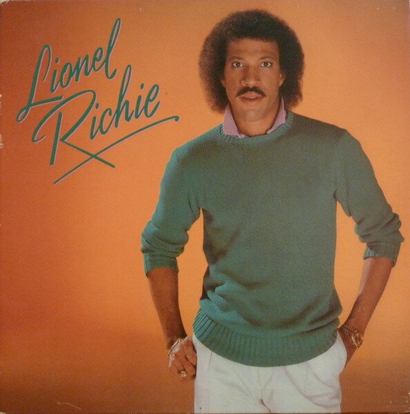 ・アーティスト Lionel Richie ・タイトル Lionel Richie ・レーベル・型番 MOTOWN 6007ML ・フォーマット LPレコード ・コンディション(盤) 良い (VG+) ・コンディション(ジャケット) 良い (VG+) ・コンディション(帯) オビなし ・特記事項 サンプル画像です。実際の商品の画像ではありません 商品写真はバーコード/カタログ番号に対応したサンプル画像ですので、お送りする商品の画像ではありません。帯やライナーなどの付属品は、特記事項に記載されている場合のみ含まれます。プロモやカラーレコードなどの仕様についても、該当する場合のみ特記事項に記載しています。 【ご購入前に必ずご確認ください】 ・本店サイト(www.recordcity.jp)とは価格、送料が違います ・本店サイト、その他支店のオーダーとは同梱発送できません ・注文確定後に別の注文を頂いた場合、注文同士の同梱は致しかねます。 ・別倉庫から発送しているため、店頭受け渡しは対応しておりません ・一部商品は他の通販サイトでも販売しているため、ご注文のタイミングによっては商品のご用意ができない場合がございます。 ・土日祝日はお休みです 金曜・祝前日9時以降のご連絡またはご入金は、返答または発送が週明け・祝日明けに順次対応となります。 ・ご購入後のキャンセル不可 ご購入後のキャンセルはいかなる理由においてもお受けできません。ご了承の上、ご購入くださいませ。 ・日本郵便(ゆうパック/ゆうメール)によるお届けになります。 ・中古品であることをご理解ください 当ストアでは中古商品を主に販売しております。中古品であることをご理解の上ご購入ください。また、一部商品はRecordCityオンラインストアで試聴可能です。 ・返品について お客様のご都合による返品は一切承っておりません。 表記の内容と実際の商品に相違がある場合、また針飛び等で返品・返金をご希望される場合は、商品の到着後1週間以内にご連絡ください。商品の返送をこちらで確認後、キャンセル・返金を行います。 コンディションVG以下の商品は返品できません。プレイに影響のない表面のこすれ傷、プレス起因のノイズ盤は返品の対象外です。 【コンディション表記】 ・ほぼ新品(M-)(Like New) 完全な新品。未使用。当店ではほぼ使用しません ・非常に良い(EX)(Excellent) 中古盤として美品な状態。わずかな経年を感じるものの傷みを感じさせない、当店基準で最高の状態 ・良い(VG+)(Very Good Plus) 丁寧に扱われた中古品で、軽い使用感がみられる。 ・可(VG)(Acceptable) 使い込まれた中古品で、「良い」よりもさらに使用感がみられる。 ・悪い(VG-)(Bad) 状態が悪いアイテム。使用の保障はなく、再生不可、針飛び、目立つノイズがあるかもしれない。状態によるクレーム不可。返品不可。 ・非常に悪い(G)(Very Bad) 「悪い」よりさらに状態が悪いアイテム。使用の保障はなく、再生不可、針飛び、目立つノイズがあるかもしれない。状態によるクレーム不可。返品不可。 ・ジャンク(Fair)(Junk/Fair) 割れている、反っている、水ダメージがある、カビ、ジャケットが分離している、ひどい書き込み、ひどい擦れなど最低の状態。使用の保障はなく、再生不可、針飛び、目立つノイズがあるかもしれない。状態によるクレーム不可。返品不可。 ・ジャンク(Poor)(Junk/Poor) 割れている、反っている、水ダメージがある、カビ、ジャケットが分離している、ひどい書き込み、ひどい擦れなど最低の状態。使用の保障はなく、再生不可、針飛び、目立つノイズがあるかもしれない。状態によるクレーム不可。返品不可。