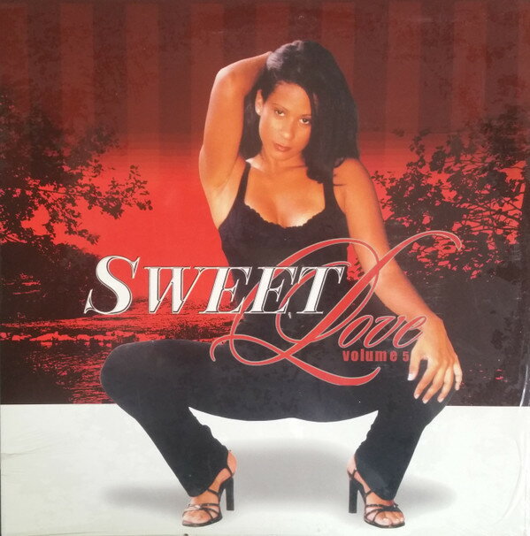 ・アーティスト Various ・タイトル Sweet Love Volume 5 ・レーベル・型番 ・フォーマット LPレコード ・コンディション(盤) 良い (VG+) ・コンディション(ジャケット) 可 (VG) ・コンディション(帯) オビなし ・特記事項 【カバー折れ/しわ】 サンプル画像です。実際の商品の画像ではありません 商品写真はバーコード/カタログ番号に対応したサンプル画像ですので、お送りする商品の画像ではありません。帯やライナーなどの付属品は、特記事項に記載されている場合のみ含まれます。プロモやカラーレコードなどの仕様についても、該当する場合のみ特記事項に記載しています。 【ご購入前に必ずご確認ください】 ・本店サイト(www.recordcity.jp)とは価格、送料が違います ・本店サイト、その他支店のオーダーとは同梱発送できません ・注文確定後に別の注文を頂いた場合、注文同士の同梱は致しかねます。 ・別倉庫から発送しているため、店頭受け渡しは対応しておりません ・一部商品は他の通販サイトでも販売しているため、ご注文のタイミングによっては商品のご用意ができない場合がございます。 ・土日祝日はお休みです 金曜・祝前日9時以降のご連絡またはご入金は、返答または発送が週明け・祝日明けに順次対応となります。 ・ご購入後のキャンセル不可 ご購入後のキャンセルはいかなる理由においてもお受けできません。ご了承の上、ご購入くださいませ。 ・日本郵便(ゆうパック/ゆうメール)によるお届けになります。 ・中古品であることをご理解ください 当ストアでは中古商品を主に販売しております。中古品であることをご理解の上ご購入ください。また、一部商品はRecordCityオンラインストアで試聴可能です。 ・返品について お客様のご都合による返品は一切承っておりません。 表記の内容と実際の商品に相違がある場合、また針飛び等で返品・返金をご希望される場合は、商品の到着後1週間以内にご連絡ください。商品の返送をこちらで確認後、キャンセル・返金を行います。 コンディションVG以下の商品は返品できません。プレイに影響のない表面のこすれ傷、プレス起因のノイズ盤は返品の対象外です。 【コンディション表記】 ・ほぼ新品(M-)(Like New) 完全な新品。未使用。当店ではほぼ使用しません ・非常に良い(EX)(Excellent) 中古盤として美品な状態。わずかな経年を感じるものの傷みを感じさせない、当店基準で最高の状態 ・良い(VG+)(Very Good Plus) 丁寧に扱われた中古品で、軽い使用感がみられる。 ・可(VG)(Acceptable) 使い込まれた中古品で、「良い」よりもさらに使用感がみられる。 ・悪い(VG-)(Bad) 状態が悪いアイテム。使用の保障はなく、再生不可、針飛び、目立つノイズがあるかもしれない。状態によるクレーム不可。返品不可。 ・非常に悪い(G)(Very Bad) 「悪い」よりさらに状態が悪いアイテム。使用の保障はなく、再生不可、針飛び、目立つノイズがあるかもしれない。状態によるクレーム不可。返品不可。 ・ジャンク(Fair)(Junk/Fair) 割れている、反っている、水ダメージがある、カビ、ジャケットが分離している、ひどい書き込み、ひどい擦れなど最低の状態。使用の保障はなく、再生不可、針飛び、目立つノイズがあるかもしれない。状態によるクレーム不可。返品不可。 ・ジャンク(Poor)(Junk/Poor) 割れている、反っている、水ダメージがある、カビ、ジャケットが分離している、ひどい書き込み、ひどい擦れなど最低の状態。使用の保障はなく、再生不可、針飛び、目立つノイズがあるかもしれない。状態によるクレーム不可。返品不可。