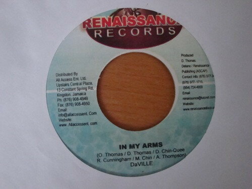 ・アーティスト Daville / VC ・タイトル In My Arms / It's Time ・レーベル・型番 Renaissance Records (2) NONE ・フォーマット 7インチレコード ・コンディション(盤) 良い (VG+) ・コンディション(ジャケット) ・コンディション(帯) オビなし ・特記事項 サンプル画像です。実際の商品の画像ではありません 商品写真はバーコード/カタログ番号に対応したサンプル画像ですので、お送りする商品の画像ではありません。帯やライナーなどの付属品は、特記事項に記載されている場合のみ含まれます。プロモやカラーレコードなどの仕様についても、該当する場合のみ特記事項に記載しています。 【ご購入前に必ずご確認ください】 ・本店サイト(www.recordcity.jp)とは価格、送料が違います ・本店サイト、その他支店のオーダーとは同梱発送できません ・注文確定後に別の注文を頂いた場合、注文同士の同梱は致しかねます。 ・別倉庫から発送しているため、店頭受け渡しは対応しておりません ・一部商品は他の通販サイトでも販売しているため、ご注文のタイミングによっては商品のご用意ができない場合がございます。 ・土日祝日はお休みです 金曜・祝前日9時以降のご連絡またはご入金は、返答または発送が週明け・祝日明けに順次対応となります。 ・ご購入後のキャンセル不可 ご購入後のキャンセルはいかなる理由においてもお受けできません。ご了承の上、ご購入くださいませ。 ・日本郵便(ゆうパック/ゆうメール)によるお届けになります。 ・中古品であることをご理解ください 当ストアでは中古商品を主に販売しております。中古品であることをご理解の上ご購入ください。また、一部商品はRecordCityオンラインストアで試聴可能です。 ・返品について お客様のご都合による返品は一切承っておりません。 表記の内容と実際の商品に相違がある場合、また針飛び等で返品・返金をご希望される場合は、商品の到着後1週間以内にご連絡ください。商品の返送をこちらで確認後、キャンセル・返金を行います。 コンディションVG以下の商品は返品できません。プレイに影響のない表面のこすれ傷、プレス起因のノイズ盤は返品の対象外です。 【コンディション表記】 ・ほぼ新品(M-)(Like New) 完全な新品。未使用。当店ではほぼ使用しません ・非常に良い(EX)(Excellent) 中古盤として美品な状態。わずかな経年を感じるものの傷みを感じさせない、当店基準で最高の状態 ・良い(VG+)(Very Good Plus) 丁寧に扱われた中古品で、軽い使用感がみられる。 ・可(VG)(Acceptable) 使い込まれた中古品で、「良い」よりもさらに使用感がみられる。 ・悪い(VG-)(Bad) 状態が悪いアイテム。使用の保障はなく、再生不可、針飛び、目立つノイズがあるかもしれない。状態によるクレーム不可。返品不可。 ・非常に悪い(G)(Very Bad) 「悪い」よりさらに状態が悪いアイテム。使用の保障はなく、再生不可、針飛び、目立つノイズがあるかもしれない。状態によるクレーム不可。返品不可。 ・ジャンク(Fair)(Junk/Fair) 割れている、反っている、水ダメージがある、カビ、ジャケットが分離している、ひどい書き込み、ひどい擦れなど最低の状態。使用の保障はなく、再生不可、針飛び、目立つノイズがあるかもしれない。状態によるクレーム不可。返品不可。 ・ジャンク(Poor)(Junk/Poor) 割れている、反っている、水ダメージがある、カビ、ジャケットが分離している、ひどい書き込み、ひどい擦れなど最低の状態。使用の保障はなく、再生不可、針飛び、目立つノイズがあるかもしれない。状態によるクレーム不可。返品不可。