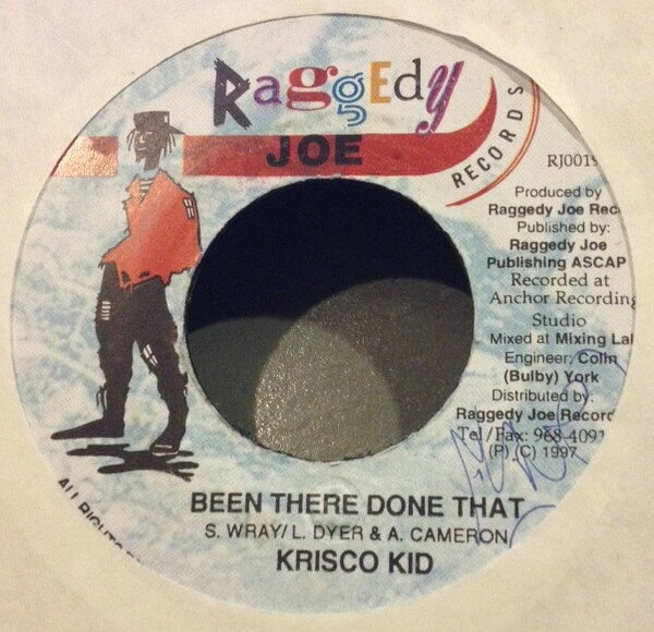 ・アーティスト Frisco Kid ・タイトル Been There Done That ・レーベル Raggedy Joe Records RJ0018 ・フォーマット 7インチレコード ・コンディション(盤) 良い (VG+) ・コンディション(ジャケット) ・コンディション(帯) オビなし ・特記事項 サンプル画像です。実際の商品の画像ではありません 商品写真はバーコード/カタログ番号に対応したサンプル画像ですので、お送りする商品の画像ではありません。帯やライナーなどの付属品は、特記事項に記載されている場合のみ含まれます。プロモやカラーレコードなどの仕様についても、該当する場合のみ特記事項に記載しています。 【ご購入前に必ずご確認ください】 ・本店サイト(www.recordcity.jp)とは価格、送料が違います ・本店サイト、その他支店のオーダーとは同梱発送できません ・別倉庫から発送しているため、店頭受け渡しは対応しておりません ・一部商品は他の通販サイトでも販売しているため、ご注文のタイミングによっては商品のご用意ができない場合がございます。 ・土日祝日はお休みです 金曜・祝前日9時以降のご連絡またはご入金は、返答または発送が週明け・祝日明けに順次対応となります。 ・ご購入後のキャンセル不可 ご購入後のキャンセルはいかなる理由においてもお受けできません。ご了承の上、ご購入くださいませ。 ・日本郵便(ゆうパック/ゆうメール)によるお届けになります。 ・中古品であることをご理解ください 当ストアではお客様よりお譲りいただいた中古商品を主に販売しております。中古品であることをご理解の上ご購入ください。また、一部商品はRecordCityオンラインストアで試聴可能です。 ・返品について お客様のご都合による返品は一切承っておりません。 表記の内容と実際の商品に相違がある場合、また針飛び等で返品・返金をご希望される場合は、商品の到着後1週間以内にご連絡ください。商品の返送をこちらで確認後、キャンセル・返金を行います。 コンディションVG以下の商品は返品できません。プレイに影響のない表面のこすれ傷、プレス起因のノイズ盤は返品の対象外です。 【コンディション表記】 ・ほぼ新品(M-)(Like New) 完全な新品。未使用。当店ではほぼ使用しません ・非常に良い(EX)(Excellent) 中古盤として美品な状態。わずかな経年を感じるものの傷みを感じさせない、当店基準で最高の状態 ・良い(VG+)(Very Good Plus) 丁寧に扱われた中古品で、軽い使用感がみられる。 ・可(VG)(Acceptable) 使い込まれた中古品で、「良い」よりもさらに使用感がみられる。 ・悪い(VG-)(Bad) 状態が悪いアイテム。使用の保障はなく、再生不可、針飛び、目立つノイズがあるかもしれない。状態によるクレーム不可。返品不可。 ・非常に悪い(G)(Very Bad) 「悪い」よりさらに状態が悪いアイテム。使用の保障はなく、再生不可、針飛び、目立つノイズがあるかもしれない。状態によるクレーム不可。返品不可。 ・ジャンク(Fair)(Junk/Fair) 割れている、反っている、水ダメージがある、カビ、ジャケットが分離している、ひどい書き込み、ひどい擦れなど最低の状態。使用の保障はなく、再生不可、針飛び、目立つノイズがあるかもしれない。状態によるクレーム不可。返品不可。 ・ジャンク(Poor)(Junk/Poor) 割れている、反っている、水ダメージがある、カビ、ジャケットが分離している、ひどい書き込み、ひどい擦れなど最低の状態。使用の保障はなく、再生不可、針飛び、目立つノイズがあるかもしれない。状態によるクレーム不可。返品不可。
