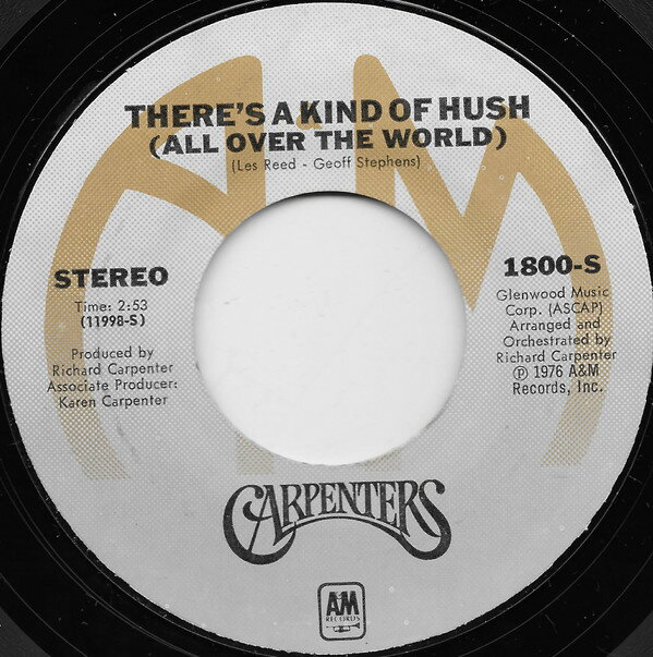 ・アーティスト Carpenters ・タイトル There's A Kind Of Hush (All Over The World) ・レーベル・型番 A&M Records 1800S ・フォーマット 7インチレコード ・コンディション(盤) 良い (VG+) ・コンディション(ジャケット) ・コンディション(帯) オビなし ・特記事項 サンプル画像です。実際の商品の画像ではありません 商品写真はバーコード/カタログ番号に対応したサンプル画像ですので、お送りする商品の画像ではありません。帯やライナーなどの付属品は、特記事項に記載されている場合のみ含まれます。プロモやカラーレコードなどの仕様についても、該当する場合のみ特記事項に記載しています。 【ご購入前に必ずご確認ください】 ・本店サイト(www.recordcity.jp)とは価格、送料が違います ・本店サイト、その他支店のオーダーとは同梱発送できません ・注文確定後に別の注文を頂いた場合、注文同士の同梱は致しかねます。 ・別倉庫から発送しているため、店頭受け渡しは対応しておりません ・一部商品は他の通販サイトでも販売しているため、ご注文のタイミングによっては商品のご用意ができない場合がございます。 ・土日祝日はお休みです 金曜・祝前日9時以降のご連絡またはご入金は、返答または発送が週明け・祝日明けに順次対応となります。 ・ご購入後のキャンセル不可 ご購入後のキャンセルはいかなる理由においてもお受けできません。ご了承の上、ご購入くださいませ。 ・日本郵便(ゆうパック/ゆうメール)によるお届けになります。 ・中古品であることをご理解ください 当ストアでは中古商品を主に販売しております。中古品であることをご理解の上ご購入ください。また、一部商品はRecordCityオンラインストアで試聴可能です。 ・返品について お客様のご都合による返品は一切承っておりません。 表記の内容と実際の商品に相違がある場合、また針飛び等で返品・返金をご希望される場合は、商品の到着後1週間以内にご連絡ください。商品の返送をこちらで確認後、キャンセル・返金を行います。 コンディションVG以下の商品は返品できません。プレイに影響のない表面のこすれ傷、プレス起因のノイズ盤は返品の対象外です。 【コンディション表記】 ・ほぼ新品(M-)(Like New) 完全な新品。未使用。当店ではほぼ使用しません ・非常に良い(EX)(Excellent) 中古盤として美品な状態。わずかな経年を感じるものの傷みを感じさせない、当店基準で最高の状態 ・良い(VG+)(Very Good Plus) 丁寧に扱われた中古品で、軽い使用感がみられる。 ・可(VG)(Acceptable) 使い込まれた中古品で、「良い」よりもさらに使用感がみられる。 ・悪い(VG-)(Bad) 状態が悪いアイテム。使用の保障はなく、再生不可、針飛び、目立つノイズがあるかもしれない。状態によるクレーム不可。返品不可。 ・非常に悪い(G)(Very Bad) 「悪い」よりさらに状態が悪いアイテム。使用の保障はなく、再生不可、針飛び、目立つノイズがあるかもしれない。状態によるクレーム不可。返品不可。 ・ジャンク(Fair)(Junk/Fair) 割れている、反っている、水ダメージがある、カビ、ジャケットが分離している、ひどい書き込み、ひどい擦れなど最低の状態。使用の保障はなく、再生不可、針飛び、目立つノイズがあるかもしれない。状態によるクレーム不可。返品不可。 ・ジャンク(Poor)(Junk/Poor) 割れている、反っている、水ダメージがある、カビ、ジャケットが分離している、ひどい書き込み、ひどい擦れなど最低の状態。使用の保障はなく、再生不可、針飛び、目立つノイズがあるかもしれない。状態によるクレーム不可。返品不可。