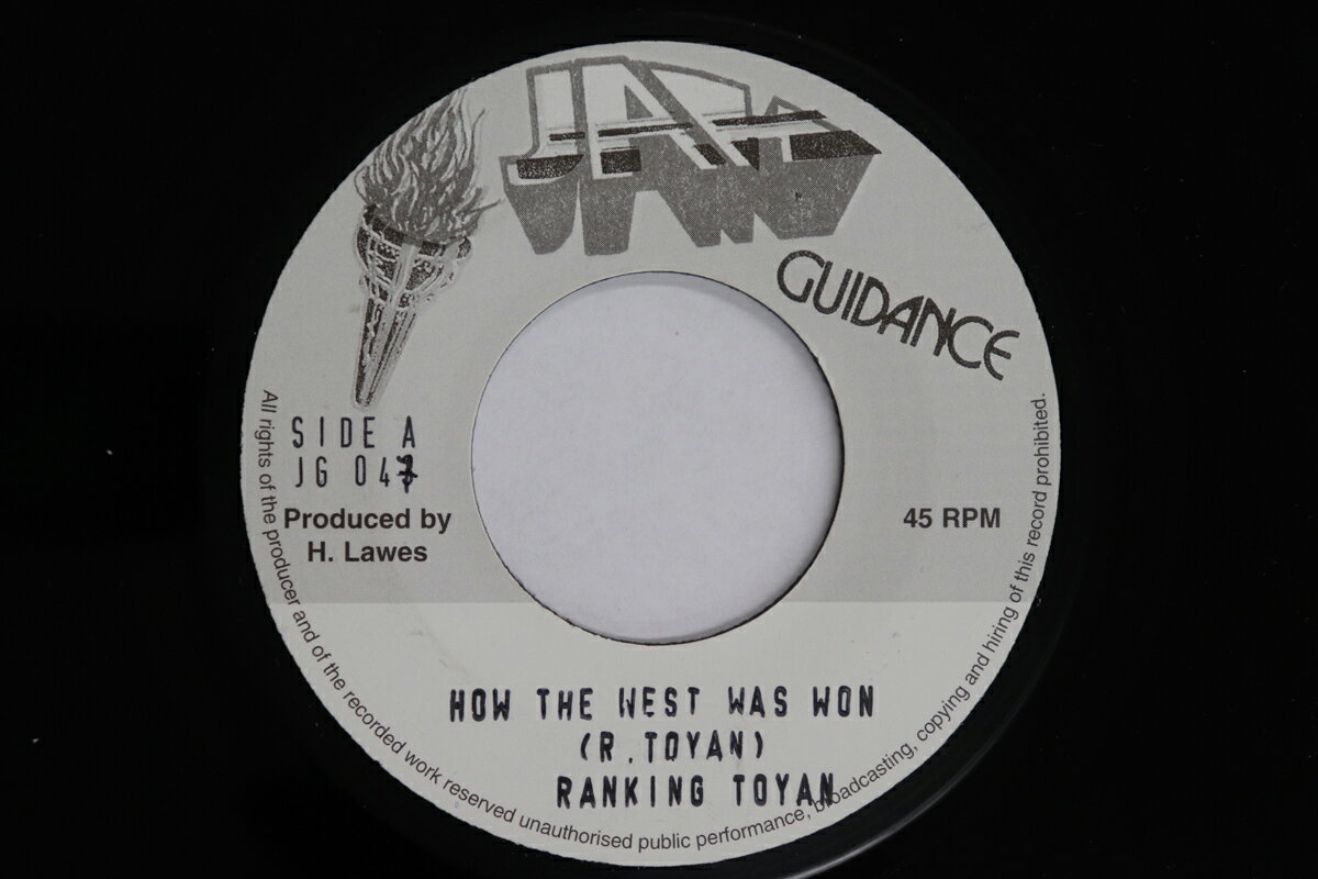 ・アーティスト Toyan ・タイトル How The West Was Won ・レーベル・型番 Jah Guidance JG047 ・フォーマット 7インチレコード ・コンディション(盤) 良い (VG+) ・コンディション(ジャケット) ・コンディション(帯) オビなし ・特記事項 【盤に短いヘアライン】【SEW】 実際に発送される商品の画像です 【ご購入前に必ずご確認ください】 ・本店サイト(www.recordcity.jp)とは価格、送料が違います ・本店サイト、その他支店のオーダーとは同梱発送できません ・注文確定後に別の注文を頂いた場合、注文同士の同梱は致しかねます。 ・別倉庫から発送しているため、店頭受け渡しは対応しておりません ・一部商品は他の通販サイトでも販売しているため、ご注文のタイミングによっては商品のご用意ができない場合がございます。 ・土日祝日はお休みです 金曜・祝前日9時以降のご連絡またはご入金は、返答または発送が週明け・祝日明けに順次対応となります。 ・ご購入後のキャンセル不可 ご購入後のキャンセルはいかなる理由においてもお受けできません。ご了承の上、ご購入くださいませ。 ・日本郵便(ゆうパック/ゆうメール)によるお届けになります。 ・中古品であることをご理解ください 当ストアでは中古商品を主に販売しております。中古品であることをご理解の上ご購入ください。また、一部商品はRecordCityオンラインストアで試聴可能です。 ・返品について お客様のご都合による返品は一切承っておりません。 表記の内容と実際の商品に相違がある場合、また針飛び等で返品・返金をご希望される場合は、商品の到着後1週間以内にご連絡ください。商品の返送をこちらで確認後、キャンセル・返金を行います。 コンディションVG以下の商品は返品できません。プレイに影響のない表面のこすれ傷、プレス起因のノイズ盤は返品の対象外です。 【コンディション表記】 ・ほぼ新品(M-)(Like New) 完全な新品。未使用。当店ではほぼ使用しません ・非常に良い(EX)(Excellent) 中古盤として美品な状態。わずかな経年を感じるものの傷みを感じさせない、当店基準で最高の状態 ・良い(VG+)(Very Good Plus) 丁寧に扱われた中古品で、軽い使用感がみられる。 ・可(VG)(Acceptable) 使い込まれた中古品で、「良い」よりもさらに使用感がみられる。 ・悪い(VG-)(Bad) 状態が悪いアイテム。使用の保障はなく、再生不可、針飛び、目立つノイズがあるかもしれない。状態によるクレーム不可。返品不可。 ・非常に悪い(G)(Very Bad) 「悪い」よりさらに状態が悪いアイテム。使用の保障はなく、再生不可、針飛び、目立つノイズがあるかもしれない。状態によるクレーム不可。返品不可。 ・ジャンク(Fair)(Junk/Fair) 割れている、反っている、水ダメージがある、カビ、ジャケットが分離している、ひどい書き込み、ひどい擦れなど最低の状態。使用の保障はなく、再生不可、針飛び、目立つノイズがあるかもしれない。状態によるクレーム不可。返品不可。 ・ジャンク(Poor)(Junk/Poor) 割れている、反っている、水ダメージがある、カビ、ジャケットが分離している、ひどい書き込み、ひどい擦れなど最低の状態。使用の保障はなく、再生不可、針飛び、目立つノイズがあるかもしれない。状態によるクレーム不可。返品不可。