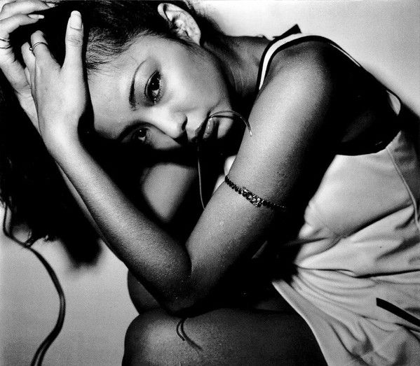 安室奈美恵 SWEET 19 BLUES アーティストTシャツ　半袖 楽天市場】安室奈美恵 SWEET 19 BLUES（CD・DVD）の通販