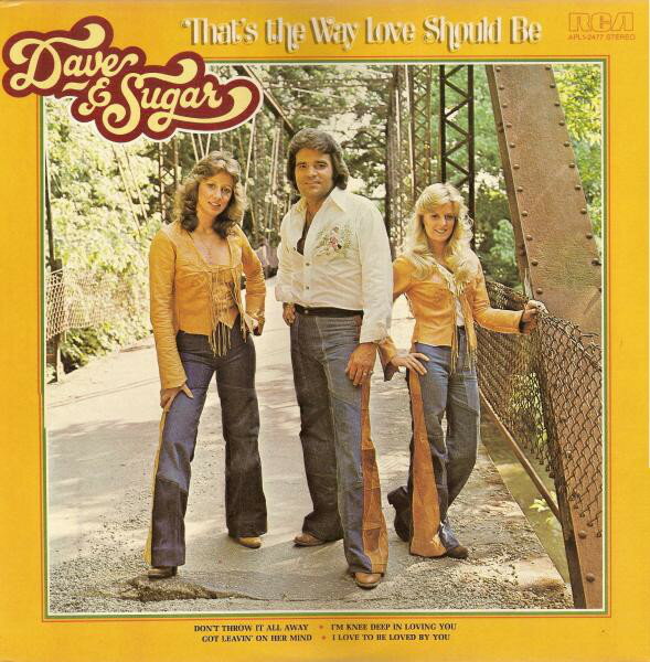 ・アーティスト Dave & Sugar ・タイトル That's The Way Love Should Be ・レーベル・型番 RCA Victor APL12477 ・フォーマット LPレコード ・コンディション(盤) 新品 (M) ・コンディション(ジャケット) 新品 (M) ・コンディション(帯) オビなし ・特記事項 サンプル画像です。実際の商品の画像ではありません 商品写真はバーコード/カタログ番号に対応したサンプル画像ですので、お送りする商品の画像ではありません。帯やライナーなどの付属品は、特記事項に記載されている場合のみ含まれます。プロモやカラーレコードなどの仕様についても、該当する場合のみ特記事項に記載しています。 【ご購入前に必ずご確認ください】 ・本店サイト(www.recordcity.jp)とは価格、送料が違います ・本店サイト、その他支店のオーダーとは同梱発送できません ・注文確定後に別の注文を頂いた場合、注文同士の同梱は致しかねます。 ・別倉庫から発送しているため、店頭受け渡しは対応しておりません ・一部商品は他の通販サイトでも販売しているため、ご注文のタイミングによっては商品のご用意ができない場合がございます。 ・土日祝日はお休みです 金曜・祝前日9時以降のご連絡またはご入金は、返答または発送が週明け・祝日明けに順次対応となります。 ・ご購入後のキャンセル不可 ご購入後のキャンセルはいかなる理由においてもお受けできません。ご了承の上、ご購入くださいませ。 ・日本郵便(ゆうパック/ゆうメール)によるお届けになります。 ・中古品であることをご理解ください 当ストアでは中古商品を主に販売しております。中古品であることをご理解の上ご購入ください。また、一部商品はRecordCityオンラインストアで試聴可能です。 ・返品について お客様のご都合による返品は一切承っておりません。 表記の内容と実際の商品に相違がある場合、また針飛び等で返品・返金をご希望される場合は、商品の到着後1週間以内にご連絡ください。商品の返送をこちらで確認後、キャンセル・返金を行います。 コンディションVG以下の商品は返品できません。プレイに影響のない表面のこすれ傷、プレス起因のノイズ盤は返品の対象外です。 【コンディション表記】 ・ほぼ新品(M-)(Like New) 完全な新品。未使用。当店ではほぼ使用しません ・非常に良い(EX)(Excellent) 中古盤として美品な状態。わずかな経年を感じるものの傷みを感じさせない、当店基準で最高の状態 ・良い(VG+)(Very Good Plus) 丁寧に扱われた中古品で、軽い使用感がみられる。 ・可(VG)(Acceptable) 使い込まれた中古品で、「良い」よりもさらに使用感がみられる。 ・悪い(VG-)(Bad) 状態が悪いアイテム。使用の保障はなく、再生不可、針飛び、目立つノイズがあるかもしれない。状態によるクレーム不可。返品不可。 ・非常に悪い(G)(Very Bad) 「悪い」よりさらに状態が悪いアイテム。使用の保障はなく、再生不可、針飛び、目立つノイズがあるかもしれない。状態によるクレーム不可。返品不可。 ・ジャンク(Fair)(Junk/Fair) 割れている、反っている、水ダメージがある、カビ、ジャケットが分離している、ひどい書き込み、ひどい擦れなど最低の状態。使用の保障はなく、再生不可、針飛び、目立つノイズがあるかもしれない。状態によるクレーム不可。返品不可。 ・ジャンク(Poor)(Junk/Poor) 割れている、反っている、水ダメージがある、カビ、ジャケットが分離している、ひどい書き込み、ひどい擦れなど最低の状態。使用の保障はなく、再生不可、針飛び、目立つノイズがあるかもしれない。状態によるクレーム不可。返品不可。