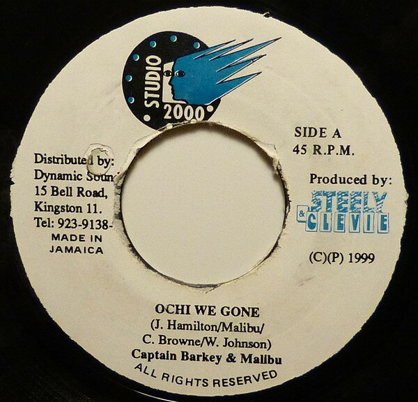 ・アーティスト Captain Barkey & Malibu ・タイトル Ochi We Gone ・レーベル・型番 Studio 2000 NONE ・フォーマット 7インチレコード ・コンディション(盤) 良い (VG+) ・コンディション(ジャケット) ・コンディション(帯) オビなし ・特記事項 【レーベルにシール付着】【Street Sweeper】 サンプル画像です。実際の商品の画像ではありません 商品写真はバーコード/カタログ番号に対応したサンプル画像ですので、お送りする商品の画像ではありません。帯やライナーなどの付属品は、特記事項に記載されている場合のみ含まれます。プロモやカラーレコードなどの仕様についても、該当する場合のみ特記事項に記載しています。 【ご購入前に必ずご確認ください】 ・本店サイト(www.recordcity.jp)とは価格、送料が違います ・本店サイト、その他支店のオーダーとは同梱発送できません ・注文確定後に別の注文を頂いた場合、注文同士の同梱は致しかねます。 ・別倉庫から発送しているため、店頭受け渡しは対応しておりません ・一部商品は他の通販サイトでも販売しているため、ご注文のタイミングによっては商品のご用意ができない場合がございます。 ・土日祝日はお休みです 金曜・祝前日9時以降のご連絡またはご入金は、返答または発送が週明け・祝日明けに順次対応となります。 ・ご購入後のキャンセル不可 ご購入後のキャンセルはいかなる理由においてもお受けできません。ご了承の上、ご購入くださいませ。 ・日本郵便(ゆうパック/ゆうメール)によるお届けになります。 ・中古品であることをご理解ください 当ストアでは中古商品を主に販売しております。中古品であることをご理解の上ご購入ください。また、一部商品はRecordCityオンラインストアで試聴可能です。 ・返品について お客様のご都合による返品は一切承っておりません。 表記の内容と実際の商品に相違がある場合、また針飛び等で返品・返金をご希望される場合は、商品の到着後1週間以内にご連絡ください。商品の返送をこちらで確認後、キャンセル・返金を行います。 コンディションVG以下の商品は返品できません。プレイに影響のない表面のこすれ傷、プレス起因のノイズ盤は返品の対象外です。 【コンディション表記】 ・ほぼ新品(M-)(Like New) 完全な新品。未使用。当店ではほぼ使用しません ・非常に良い(EX)(Excellent) 中古盤として美品な状態。わずかな経年を感じるものの傷みを感じさせない、当店基準で最高の状態 ・良い(VG+)(Very Good Plus) 丁寧に扱われた中古品で、軽い使用感がみられる。 ・可(VG)(Acceptable) 使い込まれた中古品で、「良い」よりもさらに使用感がみられる。 ・悪い(VG-)(Bad) 状態が悪いアイテム。使用の保障はなく、再生不可、針飛び、目立つノイズがあるかもしれない。状態によるクレーム不可。返品不可。 ・非常に悪い(G)(Very Bad) 「悪い」よりさらに状態が悪いアイテム。使用の保障はなく、再生不可、針飛び、目立つノイズがあるかもしれない。状態によるクレーム不可。返品不可。 ・ジャンク(Fair)(Junk/Fair) 割れている、反っている、水ダメージがある、カビ、ジャケットが分離している、ひどい書き込み、ひどい擦れなど最低の状態。使用の保障はなく、再生不可、針飛び、目立つノイズがあるかもしれない。状態によるクレーム不可。返品不可。 ・ジャンク(Poor)(Junk/Poor) 割れている、反っている、水ダメージがある、カビ、ジャケットが分離している、ひどい書き込み、ひどい擦れなど最低の状態。使用の保障はなく、再生不可、針飛び、目立つノイズがあるかもしれない。状態によるクレーム不可。返品不可。