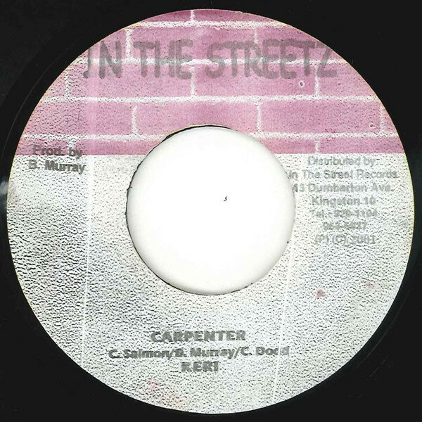・アーティスト Keri ・タイトル Carpenter ・レーベル・型番 In The Streetz Records NONE ・フォーマット 7インチレコード ・コンディション(盤) 良い (VG+) ・コンディション(ジャケット) ・コンディション(帯) オビなし ・特記事項 サンプル画像です。実際の商品の画像ではありません 商品写真はバーコード/カタログ番号に対応したサンプル画像ですので、お送りする商品の画像ではありません。帯やライナーなどの付属品は、特記事項に記載されている場合のみ含まれます。プロモやカラーレコードなどの仕様についても、該当する場合のみ特記事項に記載しています。 【ご購入前に必ずご確認ください】 ・本店サイト(www.recordcity.jp)とは価格、送料が違います ・本店サイト、その他支店のオーダーとは同梱発送できません ・注文確定後に別の注文を頂いた場合、注文同士の同梱は致しかねます。 ・別倉庫から発送しているため、店頭受け渡しは対応しておりません ・一部商品は他の通販サイトでも販売しているため、ご注文のタイミングによっては商品のご用意ができない場合がございます。 ・土日祝日はお休みです 金曜・祝前日9時以降のご連絡またはご入金は、返答または発送が週明け・祝日明けに順次対応となります。 ・ご購入後のキャンセル不可 ご購入後のキャンセルはいかなる理由においてもお受けできません。ご了承の上、ご購入くださいませ。 ・日本郵便(ゆうパック/ゆうメール)によるお届けになります。 ・中古品であることをご理解ください 当ストアでは中古商品を主に販売しております。中古品であることをご理解の上ご購入ください。また、一部商品はRecordCityオンラインストアで試聴可能です。 ・返品について お客様のご都合による返品は一切承っておりません。 表記の内容と実際の商品に相違がある場合、また針飛び等で返品・返金をご希望される場合は、商品の到着後1週間以内にご連絡ください。商品の返送をこちらで確認後、キャンセル・返金を行います。 コンディションVG以下の商品は返品できません。プレイに影響のない表面のこすれ傷、プレス起因のノイズ盤は返品の対象外です。 【コンディション表記】 ・ほぼ新品(M-)(Like New) 完全な新品。未使用。当店ではほぼ使用しません ・非常に良い(EX)(Excellent) 中古盤として美品な状態。わずかな経年を感じるものの傷みを感じさせない、当店基準で最高の状態 ・良い(VG+)(Very Good Plus) 丁寧に扱われた中古品で、軽い使用感がみられる。 ・可(VG)(Acceptable) 使い込まれた中古品で、「良い」よりもさらに使用感がみられる。 ・悪い(VG-)(Bad) 状態が悪いアイテム。使用の保障はなく、再生不可、針飛び、目立つノイズがあるかもしれない。状態によるクレーム不可。返品不可。 ・非常に悪い(G)(Very Bad) 「悪い」よりさらに状態が悪いアイテム。使用の保障はなく、再生不可、針飛び、目立つノイズがあるかもしれない。状態によるクレーム不可。返品不可。 ・ジャンク(Fair)(Junk/Fair) 割れている、反っている、水ダメージがある、カビ、ジャケットが分離している、ひどい書き込み、ひどい擦れなど最低の状態。使用の保障はなく、再生不可、針飛び、目立つノイズがあるかもしれない。状態によるクレーム不可。返品不可。 ・ジャンク(Poor)(Junk/Poor) 割れている、反っている、水ダメージがある、カビ、ジャケットが分離している、ひどい書き込み、ひどい擦れなど最低の状態。使用の保障はなく、再生不可、針飛び、目立つノイズがあるかもしれない。状態によるクレーム不可。返品不可。
