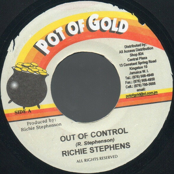 ・アーティスト Richie Stephens / Frisco Kid ・タイトル Out Of Control / Naw Laugh ・レーベル・型番 Pot Of Gold NONE ・フォーマット 7インチレコード ・コンディション(盤) 良い (VG+) ・コンディション(ジャケット) ・コンディション(帯) オビなし ・特記事項 サンプル画像です。実際の商品の画像ではありません 商品写真はバーコード/カタログ番号に対応したサンプル画像ですので、お送りする商品の画像ではありません。帯やライナーなどの付属品は、特記事項に記載されている場合のみ含まれます。プロモやカラーレコードなどの仕様についても、該当する場合のみ特記事項に記載しています。 【ご購入前に必ずご確認ください】 ・本店サイト(www.recordcity.jp)とは価格、送料が違います ・本店サイト、その他支店のオーダーとは同梱発送できません ・注文確定後に別の注文を頂いた場合、注文同士の同梱は致しかねます。 ・別倉庫から発送しているため、店頭受け渡しは対応しておりません ・一部商品は他の通販サイトでも販売しているため、ご注文のタイミングによっては商品のご用意ができない場合がございます。 ・土日祝日はお休みです 金曜・祝前日9時以降のご連絡またはご入金は、返答または発送が週明け・祝日明けに順次対応となります。 ・ご購入後のキャンセル不可 ご購入後のキャンセルはいかなる理由においてもお受けできません。ご了承の上、ご購入くださいませ。 ・日本郵便(ゆうパック/ゆうメール)によるお届けになります。 ・中古品であることをご理解ください 当ストアでは中古商品を主に販売しております。中古品であることをご理解の上ご購入ください。また、一部商品はRecordCityオンラインストアで試聴可能です。 ・返品について お客様のご都合による返品は一切承っておりません。 表記の内容と実際の商品に相違がある場合、また針飛び等で返品・返金をご希望される場合は、商品の到着後1週間以内にご連絡ください。商品の返送をこちらで確認後、キャンセル・返金を行います。 コンディションVG以下の商品は返品できません。プレイに影響のない表面のこすれ傷、プレス起因のノイズ盤は返品の対象外です。 【コンディション表記】 ・ほぼ新品(M-)(Like New) 完全な新品。未使用。当店ではほぼ使用しません ・非常に良い(EX)(Excellent) 中古盤として美品な状態。わずかな経年を感じるものの傷みを感じさせない、当店基準で最高の状態 ・良い(VG+)(Very Good Plus) 丁寧に扱われた中古品で、軽い使用感がみられる。 ・可(VG)(Acceptable) 使い込まれた中古品で、「良い」よりもさらに使用感がみられる。 ・悪い(VG-)(Bad) 状態が悪いアイテム。使用の保障はなく、再生不可、針飛び、目立つノイズがあるかもしれない。状態によるクレーム不可。返品不可。 ・非常に悪い(G)(Very Bad) 「悪い」よりさらに状態が悪いアイテム。使用の保障はなく、再生不可、針飛び、目立つノイズがあるかもしれない。状態によるクレーム不可。返品不可。 ・ジャンク(Fair)(Junk/Fair) 割れている、反っている、水ダメージがある、カビ、ジャケットが分離している、ひどい書き込み、ひどい擦れなど最低の状態。使用の保障はなく、再生不可、針飛び、目立つノイズがあるかもしれない。状態によるクレーム不可。返品不可。 ・ジャンク(Poor)(Junk/Poor) 割れている、反っている、水ダメージがある、カビ、ジャケットが分離している、ひどい書き込み、ひどい擦れなど最低の状態。使用の保障はなく、再生不可、針飛び、目立つノイズがあるかもしれない。状態によるクレーム不可。返品不可。