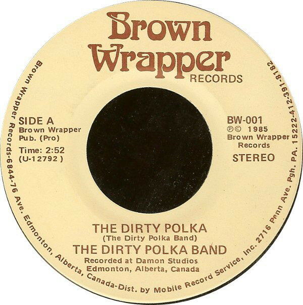 ・アーティスト Dirty Polka Band ・タイトル The Dirty Polka ・レーベル・型番 Brown Wrapper Records BW001 ・フォーマット 7インチレコード ・コンディション(盤) 非常に良い(EX) ・コンディション(ジャケット) ・コンディション(帯) オビなし ・特記事項 サンプル画像です。実際の商品の画像ではありません 商品写真はバーコード/カタログ番号に対応したサンプル画像ですので、お送りする商品の画像ではありません。帯やライナーなどの付属品は、特記事項に記載されている場合のみ含まれます。プロモやカラーレコードなどの仕様についても、該当する場合のみ特記事項に記載しています。 【ご購入前に必ずご確認ください】 ・本店サイト(www.recordcity.jp)とは価格、送料が違います ・本店サイト、その他支店のオーダーとは同梱発送できません ・注文確定後に別の注文を頂いた場合、注文同士の同梱は致しかねます。 ・別倉庫から発送しているため、店頭受け渡しは対応しておりません ・一部商品は他の通販サイトでも販売しているため、ご注文のタイミングによっては商品のご用意ができない場合がございます。 ・土日祝日はお休みです 金曜・祝前日9時以降のご連絡またはご入金は、返答または発送が週明け・祝日明けに順次対応となります。 ・ご購入後のキャンセル不可 ご購入後のキャンセルはいかなる理由においてもお受けできません。ご了承の上、ご購入くださいませ。 ・日本郵便(ゆうパック/ゆうメール)によるお届けになります。 ・中古品であることをご理解ください 当ストアでは中古商品を主に販売しております。中古品であることをご理解の上ご購入ください。また、一部商品はRecordCityオンラインストアで試聴可能です。 ・返品について お客様のご都合による返品は一切承っておりません。 表記の内容と実際の商品に相違がある場合、また針飛び等で返品・返金をご希望される場合は、商品の到着後1週間以内にご連絡ください。商品の返送をこちらで確認後、キャンセル・返金を行います。 コンディションVG以下の商品は返品できません。プレイに影響のない表面のこすれ傷、プレス起因のノイズ盤は返品の対象外です。 【コンディション表記】 ・ほぼ新品(M-)(Like New) 完全な新品。未使用。当店ではほぼ使用しません ・非常に良い(EX)(Excellent) 中古盤として美品な状態。わずかな経年を感じるものの傷みを感じさせない、当店基準で最高の状態 ・良い(VG+)(Very Good Plus) 丁寧に扱われた中古品で、軽い使用感がみられる。 ・可(VG)(Acceptable) 使い込まれた中古品で、「良い」よりもさらに使用感がみられる。 ・悪い(VG-)(Bad) 状態が悪いアイテム。使用の保障はなく、再生不可、針飛び、目立つノイズがあるかもしれない。状態によるクレーム不可。返品不可。 ・非常に悪い(G)(Very Bad) 「悪い」よりさらに状態が悪いアイテム。使用の保障はなく、再生不可、針飛び、目立つノイズがあるかもしれない。状態によるクレーム不可。返品不可。 ・ジャンク(Fair)(Junk/Fair) 割れている、反っている、水ダメージがある、カビ、ジャケットが分離している、ひどい書き込み、ひどい擦れなど最低の状態。使用の保障はなく、再生不可、針飛び、目立つノイズがあるかもしれない。状態によるクレーム不可。返品不可。 ・ジャンク(Poor)(Junk/Poor) 割れている、反っている、水ダメージがある、カビ、ジャケットが分離している、ひどい書き込み、ひどい擦れなど最低の状態。使用の保障はなく、再生不可、針飛び、目立つノイズがあるかもしれない。状態によるクレーム不可。返品不可。
