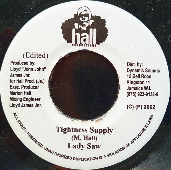 ・アーティスト Lady Saw ・タイトル Tightness Supply ・レーベル・型番 Hall Productions NONE ・フォーマット 7インチレコード ・コンディション(盤) 良い (VG+) ・コンディション(ジャケット) ・コンディション(帯) オビなし ・特記事項 サンプル画像です。実際の商品の画像ではありません 商品写真はバーコード/カタログ番号に対応したサンプル画像ですので、お送りする商品の画像ではありません。帯やライナーなどの付属品は、特記事項に記載されている場合のみ含まれます。プロモやカラーレコードなどの仕様についても、該当する場合のみ特記事項に記載しています。 【ご購入前に必ずご確認ください】 ・本店サイト(www.recordcity.jp)とは価格、送料が違います ・本店サイト、その他支店のオーダーとは同梱発送できません ・注文確定後に別の注文を頂いた場合、注文同士の同梱は致しかねます。 ・別倉庫から発送しているため、店頭受け渡しは対応しておりません ・一部商品は他の通販サイトでも販売しているため、ご注文のタイミングによっては商品のご用意ができない場合がございます。 ・土日祝日はお休みです 金曜・祝前日9時以降のご連絡またはご入金は、返答または発送が週明け・祝日明けに順次対応となります。 ・ご購入後のキャンセル不可 ご購入後のキャンセルはいかなる理由においてもお受けできません。ご了承の上、ご購入くださいませ。 ・日本郵便(ゆうパック/ゆうメール)によるお届けになります。 ・中古品であることをご理解ください 当ストアでは中古商品を主に販売しております。中古品であることをご理解の上ご購入ください。また、一部商品はRecordCityオンラインストアで試聴可能です。 ・返品について お客様のご都合による返品は一切承っておりません。 表記の内容と実際の商品に相違がある場合、また針飛び等で返品・返金をご希望される場合は、商品の到着後1週間以内にご連絡ください。商品の返送をこちらで確認後、キャンセル・返金を行います。 コンディションVG以下の商品は返品できません。プレイに影響のない表面のこすれ傷、プレス起因のノイズ盤は返品の対象外です。 【コンディション表記】 ・ほぼ新品(M-)(Like New) 完全な新品。未使用。当店ではほぼ使用しません ・非常に良い(EX)(Excellent) 中古盤として美品な状態。わずかな経年を感じるものの傷みを感じさせない、当店基準で最高の状態 ・良い(VG+)(Very Good Plus) 丁寧に扱われた中古品で、軽い使用感がみられる。 ・可(VG)(Acceptable) 使い込まれた中古品で、「良い」よりもさらに使用感がみられる。 ・悪い(VG-)(Bad) 状態が悪いアイテム。使用の保障はなく、再生不可、針飛び、目立つノイズがあるかもしれない。状態によるクレーム不可。返品不可。 ・非常に悪い(G)(Very Bad) 「悪い」よりさらに状態が悪いアイテム。使用の保障はなく、再生不可、針飛び、目立つノイズがあるかもしれない。状態によるクレーム不可。返品不可。 ・ジャンク(Fair)(Junk/Fair) 割れている、反っている、水ダメージがある、カビ、ジャケットが分離している、ひどい書き込み、ひどい擦れなど最低の状態。使用の保障はなく、再生不可、針飛び、目立つノイズがあるかもしれない。状態によるクレーム不可。返品不可。 ・ジャンク(Poor)(Junk/Poor) 割れている、反っている、水ダメージがある、カビ、ジャケットが分離している、ひどい書き込み、ひどい擦れなど最低の状態。使用の保障はなく、再生不可、針飛び、目立つノイズがあるかもしれない。状態によるクレーム不可。返品不可。