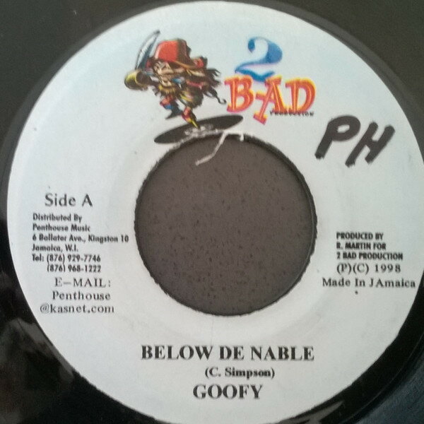 ・アーティスト Goofy / Hawkeye ・タイトル Below De Nable / Ooh Ah Ah ・レーベル・型番 2 Bad Productions TB004 ・フォーマット 7インチレコード ・コンディション(盤) 良い (VG+) ・コンディション(ジャケット) ・コンディション(帯) オビなし ・特記事項 サンプル画像です。実際の商品の画像ではありません 商品写真はバーコード/カタログ番号に対応したサンプル画像ですので、お送りする商品の画像ではありません。帯やライナーなどの付属品は、特記事項に記載されている場合のみ含まれます。プロモやカラーレコードなどの仕様についても、該当する場合のみ特記事項に記載しています。 【ご購入前に必ずご確認ください】 ・本店サイト(www.recordcity.jp)とは価格、送料が違います ・本店サイト、その他支店のオーダーとは同梱発送できません ・注文確定後に別の注文を頂いた場合、注文同士の同梱は致しかねます。 ・別倉庫から発送しているため、店頭受け渡しは対応しておりません ・一部商品は他の通販サイトでも販売しているため、ご注文のタイミングによっては商品のご用意ができない場合がございます。 ・土日祝日はお休みです 金曜・祝前日9時以降のご連絡またはご入金は、返答または発送が週明け・祝日明けに順次対応となります。 ・ご購入後のキャンセル不可 ご購入後のキャンセルはいかなる理由においてもお受けできません。ご了承の上、ご購入くださいませ。 ・日本郵便(ゆうパック/ゆうメール)によるお届けになります。 ・中古品であることをご理解ください 当ストアでは中古商品を主に販売しております。中古品であることをご理解の上ご購入ください。また、一部商品はRecordCityオンラインストアで試聴可能です。 ・返品について お客様のご都合による返品は一切承っておりません。 表記の内容と実際の商品に相違がある場合、また針飛び等で返品・返金をご希望される場合は、商品の到着後1週間以内にご連絡ください。商品の返送をこちらで確認後、キャンセル・返金を行います。 コンディションVG以下の商品は返品できません。プレイに影響のない表面のこすれ傷、プレス起因のノイズ盤は返品の対象外です。 【コンディション表記】 ・ほぼ新品(M-)(Like New) 完全な新品。未使用。当店ではほぼ使用しません ・非常に良い(EX)(Excellent) 中古盤として美品な状態。わずかな経年を感じるものの傷みを感じさせない、当店基準で最高の状態 ・良い(VG+)(Very Good Plus) 丁寧に扱われた中古品で、軽い使用感がみられる。 ・可(VG)(Acceptable) 使い込まれた中古品で、「良い」よりもさらに使用感がみられる。 ・悪い(VG-)(Bad) 状態が悪いアイテム。使用の保障はなく、再生不可、針飛び、目立つノイズがあるかもしれない。状態によるクレーム不可。返品不可。 ・非常に悪い(G)(Very Bad) 「悪い」よりさらに状態が悪いアイテム。使用の保障はなく、再生不可、針飛び、目立つノイズがあるかもしれない。状態によるクレーム不可。返品不可。 ・ジャンク(Fair)(Junk/Fair) 割れている、反っている、水ダメージがある、カビ、ジャケットが分離している、ひどい書き込み、ひどい擦れなど最低の状態。使用の保障はなく、再生不可、針飛び、目立つノイズがあるかもしれない。状態によるクレーム不可。返品不可。 ・ジャンク(Poor)(Junk/Poor) 割れている、反っている、水ダメージがある、カビ、ジャケットが分離している、ひどい書き込み、ひどい擦れなど最低の状態。使用の保障はなく、再生不可、針飛び、目立つノイズがあるかもしれない。状態によるクレーム不可。返品不可。